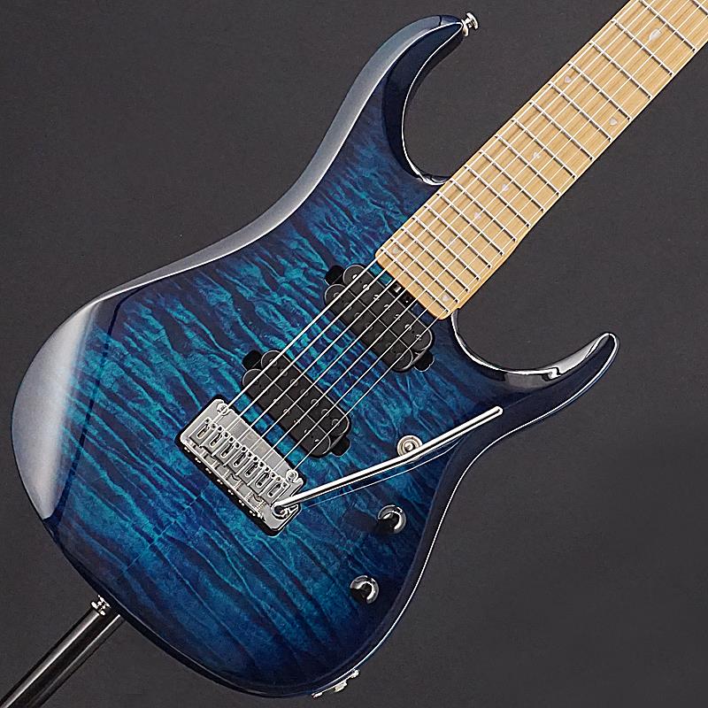 楽器種別：ユーズドSterling by MUSICMAN/ユーズド 商品一覧＞＞エレキギター【65，000円〜130，000円】 商品一覧＞＞その他/Sterling by MUSICMAN 商品一覧＞＞当店のギターは、出荷前に専門スタッフが検品・調整しているので安心です！Sterling by MUSICMAN USED 中古 JP157 (Neptune Blue) [SN.SB16610] スターリン商品説明ミュージックマン直系のルックスと仕様を受け継いだスターリン。DREAM THEATERのギタリスト、ジョン・ペトルーシのシグネチュア・モデルのお買い得中古が入荷！マホガニーボディにローステッドメイプルネック/指板を採用。搭載されるオリジナルP.U.とのマッチングによりファットでパワフルなサウンドを生み出し、ボリューム部のスイッチにてさらなるパワーの増幅も可能とします。平たく薄いグリップのネックやミディアムジャンボ・フレットの採用により演奏性も高く、優れたプレイアビリティと高いコストパフォーマンスを兼ね備えた逸品です。個体状態といたしましては、少量の細かなキズやパーツのくすみ、ボディトップの僅かな弾きキズが生じておりますが、美観を損なう深いキズはございません。フレットも8割程度の高さを残し、ネックまわりや電装系含め演奏面での支障はございませんので、これからも末永くお付き合いいただける1本としてお迎えいただけます。充実のスペックからファンのみならず人気の7弦モデル、ぜひともこの機会にご検討ください！オリジナル・ギグケース付属Weight≒3.51kg商品詳細Body.....Quilted Maple Venner Top， Mahogany BackNeck.....Roasted MapleFingerboard.....Roasted Maple， 16 (40 cm)Frets.....24， Medium JumboNut.....1.95 (49.5mm)Scale.....25.5 (648mm)Tuners.....LockingBridge.....Modern TremoloHardware.....ChromePickups.....Sterling By Music Man Designed PickupsControls.....Volume (Push/Push 12dB Active Boost)， Tone， 3way Toggle SWイケベカテゴリ_エレキギター_その他_Sterling by MUSICMAN_ユーズド SW_Sterling by MUSICMAN_ユーズド JAN:2500010853934 登録日:2026/03/28 エレキギター スターリン ミュージックマン