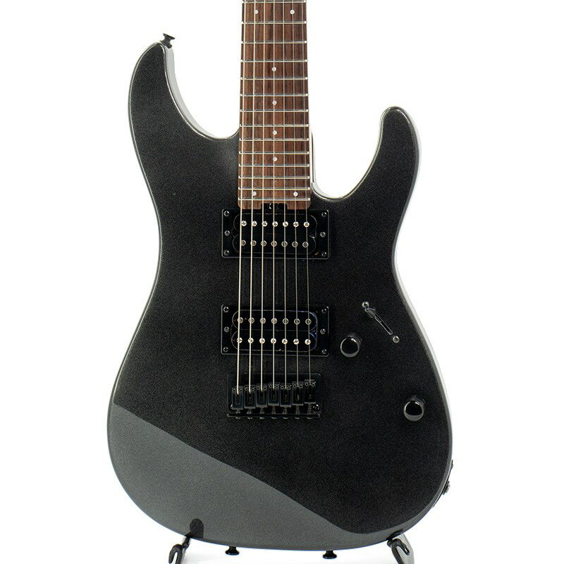 楽器種別：新品エレキギター/SCHECTER 商品一覧＞＞エレキギター【45，000円〜95，000円】 商品一覧＞＞当店のギターは、出荷前に専門スタッフが検品・調整しているので安心です！SCHECTER JAPAN ORIGINAL LINE OL-NV-7-2H-FXD (BKM) [SPOT MODEL]商品説明シェクターJapan Original LINEにNVシェイプモデルが登場！！こちらはノントレモロのFixedブリッジ仕様！シェクターの代名詞ともいえるNVをベースにし、価格を押さえたニューモデルが登場しました。24フレット、ロングスケールに加えパワフルなオリジナルピックアップを搭載。コイルタップ機能も搭載し、オールマイティーに使える、優秀な1本です！ノントレモロブリッジ仕様なのでドロップチューニングやダウンチューニングにもスムーズに対応できます。※画像はサンプルです。製品の特性上、杢目、色合いは一本一本異なります。商品詳細●BODY：Alder●NECK：Maple●FINGER BOARD:Rose Wood ●FRETS：24F●SCALE：25 1/2 (648mm)●JOINT：Ultra Access 4-Bolt●PICKUPS：SR-7x2●BRIDGE:Fixed Bridge●CONTROL：1Vo，1To(Tap) 3Way PU Selector●COLOR:BKM(Black Metallic)ソフトケース付属イケベカテゴリ_ギター_エレキギター_SCHECTER_新品 JAN:4518533040135 登録日:2023/11/04 エレキギター シェクター