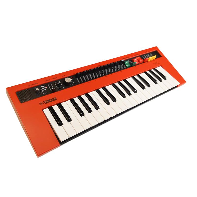 楽器種別：ユーズドYAMAHA/ユーズド 商品一覧＞＞シンセサイザー・電子楽器【30，000円〜60，000円】 商品一覧＞＞ステージピアノ・オルガン/オルガン・複合系/YAMAHA 商品一覧＞＞鍵盤楽器買うなら、当店で！専門スタッフが迅速丁寧に対応します！YAMAHA USED 中古 reface YC ヤマハ商品説明☆コンパクトながらも本格的なドローバーオルガン「reface YC」の中古品が入荷いたしました！3オクターブのミニ鍵盤、内蔵スピーカーを搭載し、また電池駆動も可能なのでいつでもどこでも本格的なオルガンの手軽にサウンドを楽しめます。もちろんライブなどで使う際はアウトプット端子からケーブルを繋げばミキサーや大型のスピーカーなどにも出力が可能。1点限りの中古品、是非お見逃しなく！※中古品の為、若干の使用感がございます。■状態：中古品■保証期間：当店3カ月■付属品：ACアダプター / 説明書※元箱はございませんが、ご配送の際は厳重に梱包の上お送り致します。※当商品は店舗でも併売しております為、売り切れの際はご容赦ください。-----------------------------------------------S/N:JEVY01005イケベカテゴリ_シンセサイザー・電子楽器_ステージピアノ・オルガン_オルガン・複合系_YAMAHA_ユーズド SW_YAMAHA_ユーズド JAN:2500110856002 登録日:2026/03/15 オルガン エレピ キーボード ヤマハ やまは