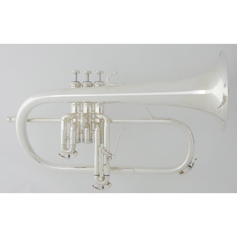 楽器種別：アウトレットB&S/アウトレット 商品一覧＞＞管楽器・吹奏楽器【260，000円〜490，000円】 商品一覧＞＞トランペット/フリューゲルホルン/B&S 商品一覧＞＞サックス買うなら、当店で！専門のスタッフが丁寧に検品・調整しているので安心です！B&S ビー アンド エス / Challenger FH45 SP (BS3145-2-0) 【Bbフリューゲルホルン】 【チョイキズ超特価品】 【先取り大特価セール】商品説明B&S (ビー アンド エス) Challenger FH45 SP (BS3145-2-0) ●B&S「音楽の谷」と呼ばれるドイツのフォークトランド地方に本拠を構えるビュッフェ・クランポン・ドイチュランド有限会社は、250年以上にわたる卓越した楽器製作の歴史を誇ります。B&Sは、伝統と革新を融合し、世界中の著名なオーケストラから信頼されるプロ仕様の楽器を提供しています。● Challenger Series / チャレンジャーシリーズ「チャレンジャーI」シリーズは、伝統的なデザインと高い品質を兼ね備えています。なめらかな吹奏感と、温かく芯のある音色が特長で、若い音楽家にとって理想的な楽器といえるでしょう。●FH45 Modelドイツの職人技が生み出す、豊かで温かな音色ドイツの職人によって丁寧にハンドメイドされたこの楽器は、10.5mmのボアと152mmのベルを採用。温かく豊かな音色と、安定した正確な音程を兼ね備えています。なめらかな吹奏感と確かな品質を楽しみながら、価格とのバランスにも優れているのが魅力。これから本格的に楽器を始めたい方はもちろん、さまざまなジャンルで演奏するプレイヤーにもおすすめできるモデルです。仕様・Bb管 フリューゲル ホルン・10.50mm ボア・イエローブラスベル・クリアラッカー仕上げ付属品・マウスピース・オリジナルケース※こちらの楽器は、チョイキズ特価品となります。そのため、製造時より小キズや当てキズ（凹み）メッキの剥げや浮きなどございますがなどございますが、演奏上問題なくご利用頂けます。また、ケースやマウスピースなど新品商品と変わらぬ付属品が付属されております。イケベカテゴリ_管楽器・吹奏楽器_トランペット_フリューゲルホルン_B&S_アウトレット SW_B&S_アウトレット JAN:2500240916201 登録日:2026/08/09 B＆S