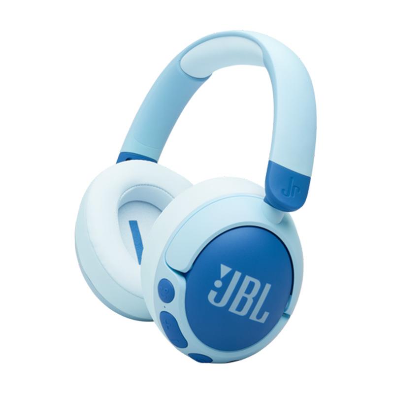 楽器種別：新品JBL/新品 商品一覧＞＞レコーディング【5，000円〜15，000円】 商品一覧＞＞ヘッドフォン・イヤフォン/ワイヤレスヘッドフォン/JBL 商品一覧＞＞パワーレックは、専門スタッフに気軽に相談できる渋谷発のDTM・レコーディング機材専門フロアです。JBL Junior 470NC Blue (ブルー)(ジェイビーエル)(子供向けヘッドホン)(Junior470NC)(ノイズキャンセリング搭載)(Bluetooth搭載)(JR470NCBLU)【国内正規品・1年保証】商品説明商品型番：JBLJR470NCBLU【製品の特長】スマホやタブレットの使用に伴う難聴、通称「スマホ難聴」が社会問題となっています。 JBLは2017年から全世界でこの問題に取り組み、最大音量を85dBに制限したキッズヘッドホンを展開してきましたが、最新の研究結果で「ノイズキャンセリングが難聴予防に有効である」ことが示されました。本モデルは子ども用だからこそ様々な最新技術を搭載して 「テクノロジーの力で正しく耳を守る」ことを目指し、 子どもの耳を楽しく守る「スマートこどもヘッドホン」としてノイズキャンセリング機能と音量制限で聴覚を保護し、専用アプリで保護者による使用状況のモニタリングを可能にしました。●JBLセーフサウンド最大音量を85dBに抑えながら迫力あるサウンドをお届けする「JBLセーフサウンド」を目指し、お子様の耳に安全な音量で音質はしっかり動画や音楽を楽しめる「JBLサウンド」を実現しました。●2つのノイズキャンセリング「ノイズキャンセリング機能」は、飛行機のパイロットが管制塔等からの通話を激しいジェット音の中でも聞き取れるよう開発されました。本モデルでは、そのノイズキャンセリング機能を子ども向けヘッドホンに応用、ヘッドホン本体の構造で作り出す「パッシブノイズキャンセリング」と、電気的な処理で作り出す「アクティブノイズキャンセリング」を掛け合わせることで高い遮音性を実現する「トータル・ノイズキャンセリング」を採用しました。●アプリで簡単にモニタリングJBLのスマートフォン・タブレット用アプリ「JBL Headphones」アプリに対応、iOS/Androidどちらでも無料で入手できます。現在の音量や使用時間の確認をリアルタイムに行うことできるだけでなく、イコライザーで音質調整も可能。また、最大音量を変更したり、1日のタイムリミットの設定をおこなうことで、お子様の使い方を成長などに合わせてより細かく管理することも可能です。●アクティブノイズキャンセリング耳全体をすっぽりと覆う「オーバーイヤー型」構造ともっちりとしたPU素材のイヤーパッドにより、まるで防音室にいるかのような静かな環境を作り、アクティブノイズキャンセリング機能で周囲の環境音を低減するため、無駄に音量を上げる必要がなくなり難聴予防に効果を発揮します。●ワイヤレスで50時間最大再生時間約50時間のロングバッテリー仕様。さらに5分の充電で約3時間使用可能な急速充電にも対応しており、旅行先での使用でも安心です。 また、オンラインの面接や試験のときなど、より確実な接続が必要と感じる時には付属の3.5mmオーディオケーブルを使えばデバイスと有線での接続が可能になり、バッテリー切れなどの不安なく使うことができます。●簡単な操作本体に搭載されている各種ボタンは、お子様の手でも押しやすいよう大きめに設計されています。特に使用頻度の高い音量調整ボタンは、通常よりも多い耐久テストを実施しています。●内蔵型高性能マイク搭載内蔵型の高性能マイクでクリアな音声通話が可能。オンライン授業や双方向型のオンライン体験イベントなど、お子様のアクティビティをしっかりサポートします。●子ども向けの設計お子様の小さな体格にあわせて最適なフィット感を実現できるように、ヘッドバンドの長さからイヤーパッドの厚みまで細かく専用設計をおこないました。本体重量もわずか196gと軽量化を徹底し、対象年齢を3歳以上として、いち早く適切な難聴予防を始められるよう配慮しています。アクティブノイズキャンセリングボタンのスマイルマークや、ヘッドバンドの長さを調整するスライダー部分に音符マークをさりげなく採用するなど、大人向けのモデルには無い、親しみのある遊び心が随所にあふれるデザインを採用しています。●楽しくカスタマイズアルファベットや専用アプリと共通の恐竜のイラストのステッカーセットも同梱。自分専用のデコレーションが可能です。 また、環境に配慮し、製品パッケージはすべてリサイクル紙とソイインクを使用。中箱は組み立てるとスマホ・タブレットスタンドにもなる仕掛けが隠されています。【製品の仕様】仕様一覧ドライバ（mm）32Number of Microphones2オーディオ仕様再生周波数帯域20 Hz - 20 kHzサイズオーディオケーブル長さ(m)1.2高さ(センチ)8.9横(センチ)7.6イヤーカップ内径高さ（センチ）5.5イヤーカップ内径幅（センチ）3.79幅 (センチ)2.3コントロール及び接続仕様Bluetoothトランスミッタ周波数帯域2.4 GHz ? 2.4835 GHzBluetooth プロファイルA2DP V1.4， AVRCP V1.6.2， HFP V1.8Bluetooth送信機の変調π/4 DQPSK， 8DPSKBluetoothトランスミッター電源15 dBm (EIRP)バッテリー充電時間（時間）2最大再生時間（ ANCオフ時/時間/完全ワイヤレスはイヤホン本体の場合）50最大再生時間（ANCオン時/時間/完全ワイヤレスはイヤホン本体の場合）28連続通話時間（時間）29最大再生時間（時間50特徴折りたたみ可能有Speed charge有内蔵マイク有脱着可能ケーブル有マルチポイント機能有タッチコントロール機能有アクティブノイズキャンセリング機能有ワイヤレス有充電ケーブル有急速充電有オーバーイヤー有充電可能バッテリ有Bluetooth有JBL Headphone App有Kids' Headphone有■同梱物JBL Junior 470NCヘッドホン×13.5mmオーディオケーブル×1USB Type-C充電用ケーブル×1ステッカーシート×1※ご購入いただいた製品を長く安心してご利用いただくため、 JBL国内サイトでの製品登録（無料）をおすすめしています。※詳細な製品仕様はメーカーサイトをご確認お願い致します。※ご使用前にご利用環境や動作状況などを予めご確認の上、ご購入をお願い致します。※商品の仕様、価格並びに付属品などは予告なく変更することがあります。#ジェービーエル #ジェイビーエルイケベカテゴリ_レコーディング_ヘッドフォン・イヤフォン_ワイヤレスヘッドフォン_JBL_新品 SW_JBL_新品 JAN:4968929223176 登録日:2026/06/05 ジェービーエル