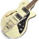 楽器種別：新品エレキギター/Duesenberg 商品一覧＞＞エレキギター【225，000円〜420，000円】 商品一覧＞＞当店のギターは、出荷前に専門スタッフが検品・調整しているので安心です！Duesenberg DTV-VW Starplayer TV (Vintage White)商品説明ドイツの名門ブランド デューセンバーグのフラッグシップ・モデル「Starplayer TV」！椎名林檎で有名なデューセンバーグにおけるフラッグシップ・モデルとも言えるアーチトップセミアコのスタープレイヤーTVです。小ぶりなボディーで弾き易く、セミアコ特有の鳴りも楽しめる上に、フロントピックアップにはP-90タイプのシングルコイルを搭載していますので、見た目以上にサウンドバリエーションも広く、幅広いジャンルに活躍できます。※画像はサンプルです。製品の特性上、杢目や色合いは1本ごとで異なります。あらかじめご了承下さい。商品詳細Body:Laminated Spruce Top / Flamed Maple Back，SidesNeck: 1-piece MapleFingerboard: RosewoodPickup: Neck: Duesenberg Domino P-90Pickup: Bridge: Duesenberg Grand Vintage HumbuckerControl: Master Volume，Master Tone and 3way P.U. Selector SwitchBridge: Duesenberg steel saddle bridgeTremolo: Duesenberg Deluxe Tremolaハードケース付きイケベカテゴリ_ギター_エレキギター_Duesenberg_新品 JAN:4518830150513 登録日:2023/07/24 エレキギター デューセンバーグ デューセン