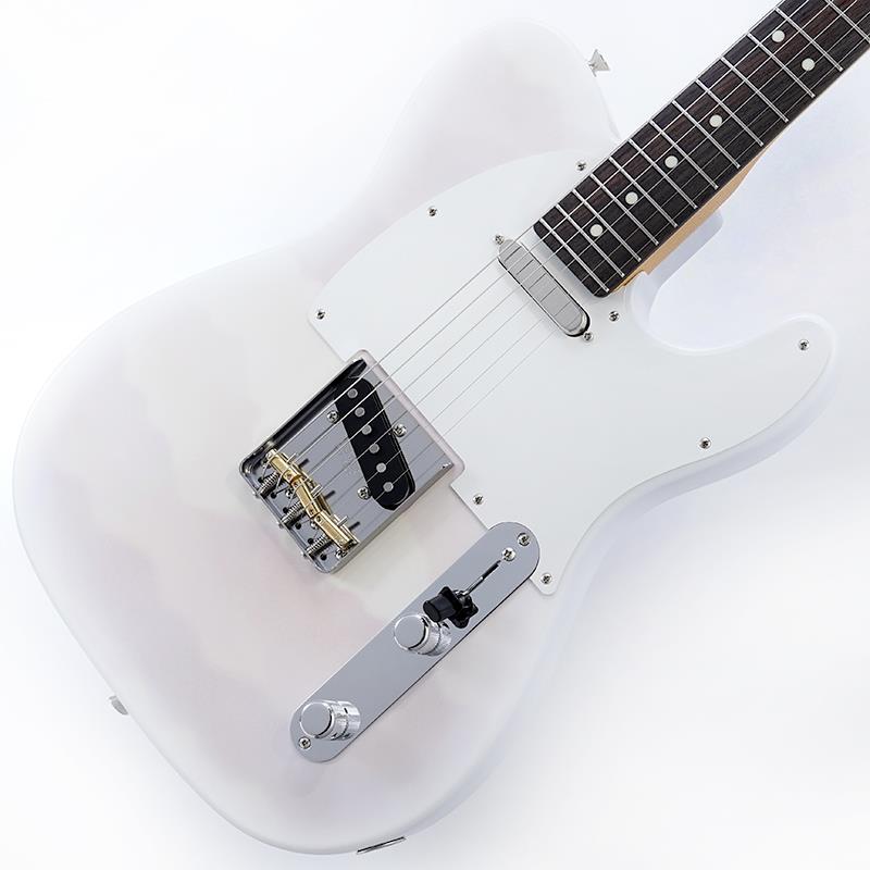 楽器種別：新品Fender Made in Japan/Hybrid II Telecaster 商品一覧＞＞Fender Made in Japan/新品 商品一覧＞＞エレキギター【110，000円〜210，000円】 商品一覧＞＞TLタイプ/Fender Made in Japan 商品一覧＞＞当店のギターは、出荷前に専門スタッフが検品・調整しているので安心です！Fender Made in Japan Hybrid II 2026 Collection Telecaster (Yellow Mist/Rosewood)商品説明Hybrid II 2026 Collection Misty SatinMade in Japan Hybrid II 2026 Collection Telecasterは、ヴィンテージライクなルックスはそのままに、プレイヤーや音楽ジャンルを選ばないオールマイティーなモダンスペックを搭載したMade in Japan Hybrid IIシリーズをベースに、2026年限定の特別なルックスを纏ったモデルです。本製品はSatin Finishをキーフィーチャーに、ネックだけでなくボディにもサテン仕上げを採用。日本製ならではの高精度な塗装技術により、質感・発色ともに美しい仕上がりを実現しています。Blue Mist、Pink Mist、Yellow MistのMisty Satin Finishは、霧がかったような柔らかいトーンと、木や自然のぬくもりを感じさせる穏やかな質感が特徴。自然なマット感が心地よく、クラシックにもモダンにも調和するナチュラルなサテン仕上げです。定評あるアルダーボディに新設計のHybrid II Custom Voiced Single Coilピックアップを搭載し、ヴィンテージスタイルのスランテッド・ブラスサドル仕様ブリッジとヴィンテージロッキングチューナーを採用。サテンフィニッシュのネックはModern Cシェイプ、9.5インチラジアスの指板とナロートールフレットが、スムーズで快適なプレイアビリティを提供します。Hybrid IIシリーズならではのモダンさと伝統が融合した、新しい提案となる1本です。本製品は2026年限定生産モデルです。※画像はサンプルです。製品の特性上、杢目、色合いは個体ごとに異なります。商品詳細Body Material: AlderBody Finish: Satin PolyesterNeck: Maple， Modern CNeck Finish: Satin UrethaneFingerboard: Rosewood， 9.5 (241 mm)Frets: 22， Narrow TallPosition Inlays: White Dot (Rosewood)Nut (Material/Width): Bone， 1.650 (42 mm)Tuning Machines: Vintage-Style LockingScale Length: 25.5 (648 mm)Bridge: 3-Saddle Vintage-Style Strings-Through-Body Tele with Slanted Brass Barrel SaddlesPickguard: 1-Ply EggshellPickups:Hybrid II Custom Voiced Single Coil Telecaster (Bridge)Hybrid II Custom Voiced Single Coil Telecaster (Neck)Pickup Switching: 4-Position Blade:Position 1. Bridge PickupPosition 2. Bridge and Neck Pickups (In Parallel)Position 3. Neck PickupPosition 4. Neck and Bridge Pickups (In Series)Controls: Master Volume， Master ToneControl Knobs: Knurled Flat-TopHardware Finish: Nickel/ChromeStrings: Nickel Plated Steel (.009-.042 Gauges)Case/Gig Bag: Included: Gig Bagイケベカテゴリ_エレキギター_TLタイプ_Fender Made in Japan_Hybrid II Telecaster_新品 SW_Fender Made in Japan_新品 JAN:0197955164854 登録日:2026/07/16 エレキギター フェンダー ふぇんだー フェンダージャパン フェンジャパ フェンダーJ テレキャスター テレキャス