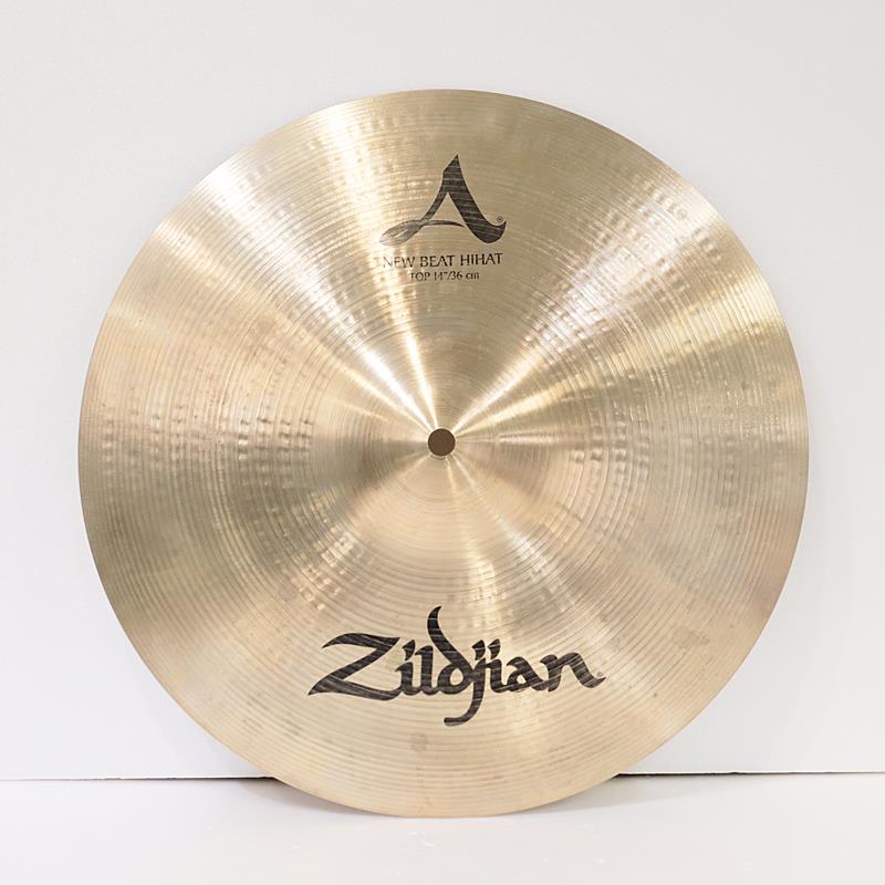 楽器種別：ユーズドZildjian/A Zildjian 商品一覧＞＞Zildjian/ユーズド 商品一覧＞＞ドラム【10，000円〜30，000円】 商品一覧＞＞シンバル/ハイハット/Zildjian 商品一覧＞＞安心してお買い物頂けるよう、スネアもシンバルも丁寧梱包でお届けします！Zildjian USED 中古 A New Beat HiHat 14'' Top [900g]【委託品】商品説明☆中古品☆A Zildjain New Beat Hihatの14インチトップが入荷いたしました。中古品の為、打痕や指紋汚れ等の使用感がございます。＜A Zildjian＞ベートーベンからビートルズまで、音楽の歴史と共に歩んできた全てのシンバルの基本、世界で最も愛されるオリジナルジルジャンシンバル。ハイハット・ライド・クラッシュなどのシンバルの呼び名も、このAジルジャンシンバルにネーミングされ現在に至る。まさにコンテンポラリー・ドラミングの歴史そのものがここにある。＜New Beat HiHats＞ソリッドで素早いレスポンス。クローズとチック音のバランスも良く、いわずと知れたベストセラー・ハイハット。サイズ：14インチ（トップのみ）ウェイト（実測値）：約900gイケベカテゴリ_ドラム_シンバル_ハイハット_Zildjian_A Zildjian_ユーズド SW_Zildjian_ユーズド JAN:2500190876860 登録日:2026/04/21 シンバル ジルジャン Aジルジャン