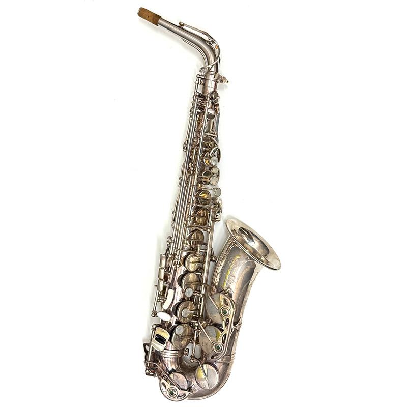 楽器種別：ユーズドSelmer Paris/ユーズド 商品一覧＞＞管楽器・吹奏楽器【485，000円〜915，000円】 商品一覧＞＞サックス/アルトサックス/Selmer Paris 商品一覧＞＞サックス買うなら、当店で！専門のスタッフが丁寧に検品・調整しているので安心です！Selmer Paris USED 中古アルトサックス H.セルマー SERIE III w/e SP (PTP NECK) S/N 714xx0【調整&セットアップ後出荷】【1年間キーバランス調整無料】商品説明※こちらの楽器は、当店キーバランス調整保証1年間となります。H.セルマー アルトサックス シリーズ3 銀メッキ仕上げ（プラチナメッキネック）表面状態：★★★☆管体コンディション：★★★★☆パッドコンディション：★★☆ケースコンディション：★★★(★5点満点、★：1 ☆：0.5)セルマーの中古アルトサックス入荷しました！2009年製造のシリーズ3、銀メッキ仕上げです。ネックが後がけでプラチナメッキされています。状態としましては、全体的なメッキの変色。細かい傷が見られますが管体にダメージはありません。メッキの変色につきましては現状でのお渡しとなり、磨きにつきましては別途有償にて承ります。詳しくはお問い合わせください。タンポは使用感ありますが、通常の使用において直ぐに交換が必要となるレベルではありません。当店にて検品調整後出荷させていただきます。付属ケース：PROTEC製セミハードケース付属品：無しイケベカテゴリ_管楽器・吹奏楽器_サックス_アルトサックス_Selmer Paris_ユーズド SW_Selmer Paris_ユーズド JAN:2500230904119 登録日:2026/07/16 サックス アルトサックス セルマー