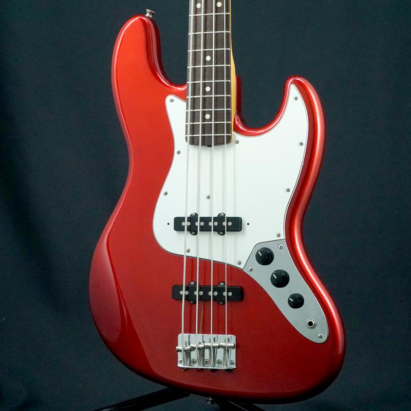 楽器種別：ユーズドFender Japan/ユーズド 商品一覧＞＞ベース【50，000円〜95，000円】 商品一覧＞＞エレキベース/ジャズベースタイプ・JBタイプ/Fender Japan 商品一覧＞＞当店のベースは、出荷前に専門スタッフが検品・調整しているので安心です！Fender Japan USED 中古 JB62-58 (CAR)商品説明ビンテージのフィーリングを再現した1990年代中盤製ジャズベースの中古が入荷！こちらは最も汎用性に富み人気の高い1962年仕様で、バスウッド材のボディにローズウッド指板を採用し、バランスのよいレンジと程良いレスポンスをあわせ持ち、ジャンルやスタイルを問わず即戦力でお使いいただけるモデルです。細かな打コンに擦りキズ、パーツのくすみなど全体的に散見されますが、動作は問題無くお使いいただけます。トラスロッドの余裕は十分にあり、ネックコンディションは大きなクセは無く良好です。Weight：≒4.36kg付属品：純正ソフトケース（ショルダー無し）イケベカテゴリ_ベース_エレキベース_ジャズベースタイプ・JBタイプ_Fender Japan_ユーズド SW_Fender Japan_ユーズド JAN:2500030941895 登録日:2026/10/14 エレキベース フェンダー ふぇんだー フェンダージャパン フェンジャパ フェンダーJ