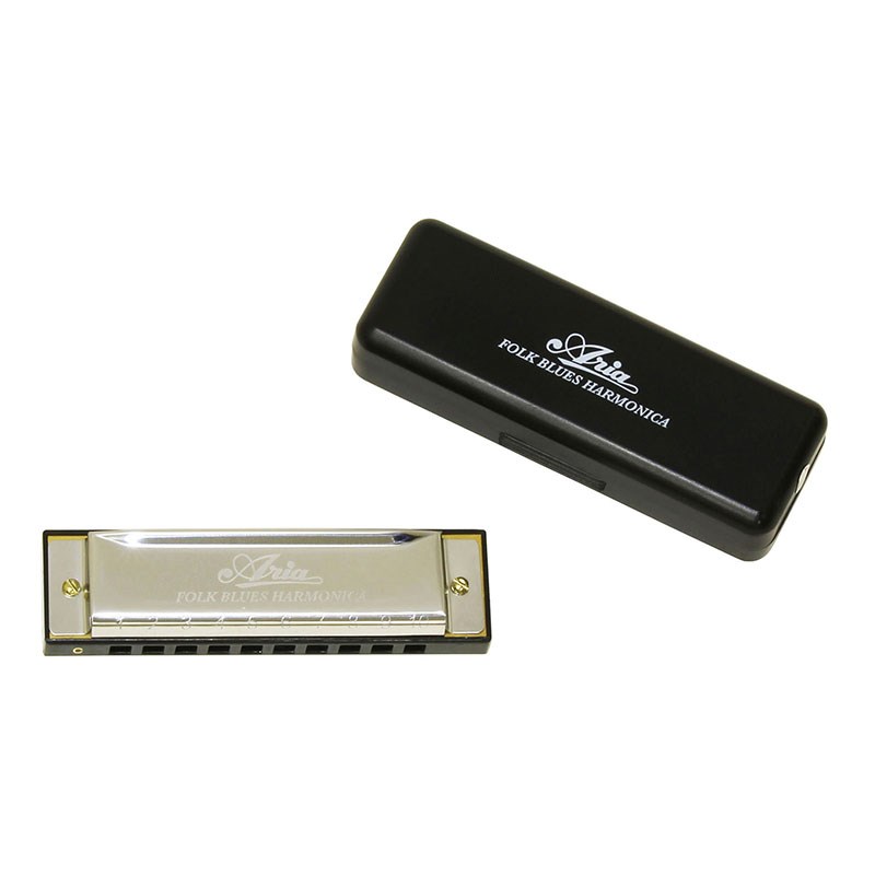 楽器種別：新品ARIA/新品 商品一覧＞＞その他楽器【〜5，000円】 商品一覧＞＞ハーモニカ・ブルースハープ/ARIA 商品一覧＞＞品揃え豊富な当店なら弦、パーツ、ケーブルなどのアクセサリーがまとめて揃います！ARIA AH-10 Ab テンホールズハーモニカ商品説明ブルース、ロックなど多くの音楽で使用されているテンホールズハーモニカ。12種類のキーをラインナップしています。プラスチックケース付き。・サイズ：約 104 (W) x 28(H) x 21(D) mm・重量：約 60 g・ケースサイズ：約 110(W) x 39(H) x 25(D) mm・ケース重量：約 80 g（本体含む）・サイズ：約 104(W) x 28(H) x 21(D) mm・重量：約 60 g・ケースサイズ：約 110(W) x 39(H) x 25(D) mm・ケース重量：約 80 g （本体含む）商品は在庫状況によりご用意出来ない場合がございます。また、在庫売り切れの際には廃番やメーカーに在庫が無い等の理由によりお取り寄せが出来かねる場合がございます。予めご了承いただけますようお願い申し上げます。イケベカテゴリ_その他楽器_ハーモニカ・ブルースハープ_ARIA_新品 SW_ARIA_新品 JAN:4944465509769 登録日:2025/05/04 アリア