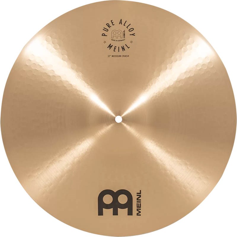 楽器種別：新品MEINL/Pure Alloy 商品一覧＞＞MEINL/新品 商品一覧＞＞ドラム【25，000円〜55，000円】 商品一覧＞＞シンバル/クラッシュ/MEINL 商品一覧＞＞安心してお買い物頂けるよう、スネアもシンバルも丁寧梱包でお届けします！MEINL Pure Alloy Medium Crash 17 [PA17MC]商品説明[Pure Alloy]Pure Alloyシリーズはドイツメイドの高い技術と、革新的なアイディアを融合する新しいシンバルラインとして、洗練されたマイネルならではのルックスと、精密で丁寧な物作りへのこだわりが、ミュージックスタイルを限定しない優れたタッチと、心地よく澄んだピュアな倍音、幅広い音域をカバーする豊かな響きを実現しています。Byzanceに並ぶ大きなマザーシリーズとして音楽シーンに求められる様々なキャラクターを提供しています。・優れたタッチと透き通ったピュアなサウンド・心地よい、澄んだ低音・幅広い音域をカバーする豊かな響き〜Medium Crash〜MEINL のスッキリ系クラッシュと言えば、このPure Alloyシリーズです。明るさと抜け、クリアでパンチがあり、ミディアムロングのサスティーンが特徴です。新たにクラッシュの表現幅を広げる17インチサイズのMedium Crashが加わりました。商品詳細＜スペック＞タイプ：Crashウェイト：Mediumサイズ：17マテリアル：Pure Alloyフィニッシュ：Traditionalシェーピング：Computerized Hammeringスタイル：Rock，Pop，Fusion，R&B，Reggae，Studioピッチ：High-Midキャラクター：Shimmering Clarityティンバー：Mid-Darkボリューム：Medium to Lowレイジング：Pinpointサスティーン：Mediumイケベカテゴリ_ドラム_シンバル_クラッシュ_MEINL_Pure Alloy_新品 SW_MEINL_新品 JAN:0842960107708 登録日:2022/05/19 シンバル マイネル クラシック
