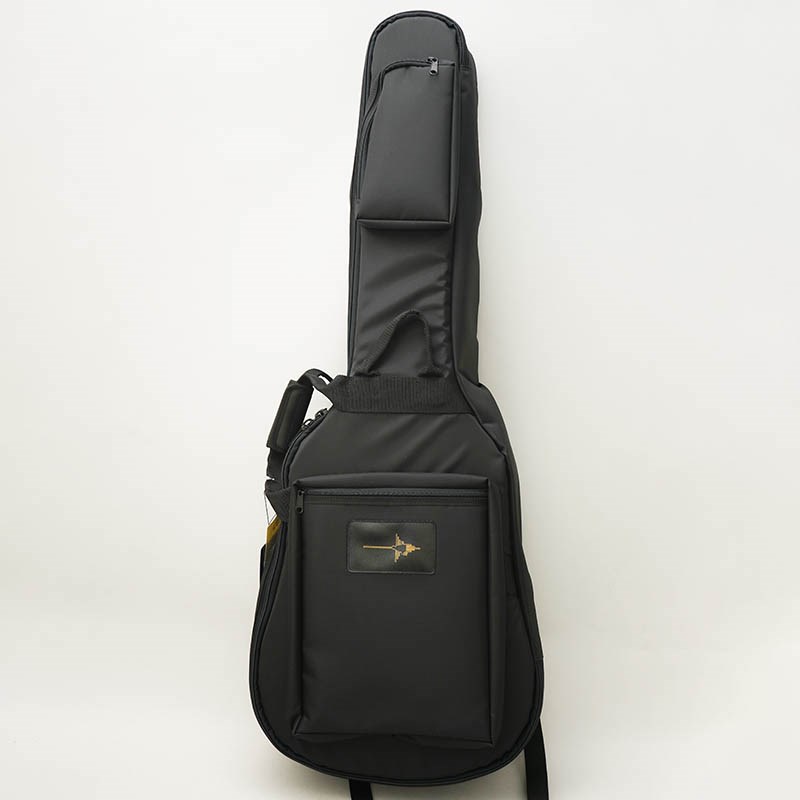 楽器種別：新品NAZCA/新品 商品一覧＞＞楽器アクセサリ【30，000円〜60，000円】 商品一覧＞＞ケース/アコギ用ケース/NAZCA 商品一覧＞＞品揃え豊富な当店なら弦、パーツ、ケーブルなどのアクセサリーがまとめて揃います！NAZCA プロテクトギグケース [クラシック・00用/BLACK] ナスカ商品説明ナスカ プロテクトギグケース軽量かつ頑丈な作りとしては代表格となる高級ギグケース。ヘッド部と底部に装着されているインナー・パッドは厚さ1.5mmのベルポーレンと20mmのウレタンで出来ており、横方向からの衝撃のみならず、倒した時の衝撃にも非常に強く設計されています。日本製で一枚一枚手作りで作られているため、その品質は折り紙つきです。内容量の大きいポケットやダブルショルダーなど使い勝手もGOOD!・衝撃に強いインナー・パッドをヘッド部、底部に採用・外装はパラシュートにも使用されているナイロン地を採用・ネックサポート付き■クラシック・00用/全長：102， 上幅:29， 下幅:37， 厚み:12■ネックサポート厚さ：8cm※画像は使用例です。ギター本体は付属致しません。イケベカテゴリ_楽器アクセサリ_ケース_アコギ用ケース_NAZCA_新品 SW_NAZCA_新品 JAN:4560184903161 登録日:2011/08/05 アコギ用ケース アコギケース