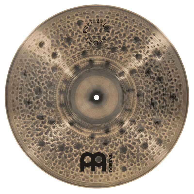 楽器種別：新品MEINL/Pure Alloy Custom 商品一覧＞＞MEINL/新品 商品一覧＞＞ドラム【25，000円〜55，000円】 商品一覧＞＞シンバル/クラッシュ/MEINL 商品一覧＞＞安心してお買い物頂けるよう、スネアもシンバルも丁寧梱包でお届けします！MEINL Pure Alloy Custom Extra Thin Hammered Crash 18 [PAC18ETHC]商品説明[Pure Alloy Custom]Pure Alloyを発売以来、多くのアーティストから薄いウェイトを求める声が寄せられました。様々なオプションをテストした後、ラインナップにミディアムシン・ウェイトの追加を考えました。 ピュアアロイの特徴である明るい輝きとサスティーンを保持しながら、暖かみのあるボディと素早いディケイで、わずかにソフトなアタックを生み出します。Pure Alloy Customは、ドイツでピュアアロイ・ブロンズからハンマリングで成形されます。このシンバルを際立たせるため、カスタムスモークブロンズと呼ばれる新しいフィニッシュを表面に施し、裏面は磨き上げたブリリアント・フィニッシュしています。ピュアアロイ・ブロンズは、どのドラムキットにもユニークで美しい追加シンバルになるでしょう。スモークブロンズトップとブリリアントボトムの見事な組み合わせです。・優れたタッチと透き通ったピュアなサウンド・心地よい、澄んだ低音・幅広い音域をカバーする豊かな響き＜Pure Alloy Custom Extra Thin Hammered Crash＞薄い仕上げ、また表面全体に大きなハンマーを当てることで、ベルベットのような柔らかいクラッシュを作り出し、高反応でダークかつウォームな音色を生み出しています。18、20インチの2サイズをラインナップ。インチサイズ：18イケベカテゴリ_ドラム_シンバル_クラッシュ_MEINL_Pure Alloy Custom_新品 SW_MEINL_新品 JAN:0842960109726 登録日:2023/04/30 シンバル マイネル クラシック