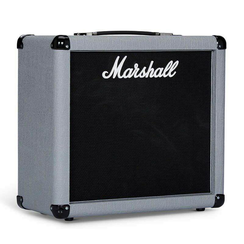 楽器種別：新品スピーカーキャビネット（ギター・アンプ）/Marshall 商品一覧＞＞スピーカーキャビネット（ギター・アンプ）【60，000円〜120，000円】 商品一覧＞＞安心してお買い物頂けるよう、ミニアンプもコンボアンプも丁寧梱包でお届けします！Marshall 2512商品説明【お取り寄せ品】Jubileeシリーズ20W出力の小型2525Hのマッチングキャビネット。1発キャビが登場！！スピーカーは1 x 12 Celestion V-Typeを搭載し、誰もが求める至高のマーシャルサウンドの出力をサポートします。自宅や小規模なステージ などでの使用に最適なコンパクトなスピーカーキャビネットです。 ＜仕様＞許容入力：70W入力端子：1 x 16Ωスピーカー：1 x 12 Celestion V-Type本体寸法 (mm)H：480 x W：520 x D：250重量 (kg)約12.2※画像のヘッドアンプは付属しません。※店舗によりお取り寄せになる場合がございます。イケベカテゴリ_アンプ_スピーカーキャビネット（ギター・アンプ）_Marshall_新品 JAN:5030463515365 登録日:2020/10/21 スピーカーキャビネット キャビ キャビネット スピーカー マーシャル