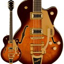 楽器種別：新品エレキギター/GRETSCH 商品一覧＞＞エレキギター/GRETSCH/Electromatic 商品一覧＞＞エレキギター【100，000円〜190，000円】 商品一覧＞＞当店のギターは、出荷前に専門スタッフが検品・調整しているので安心です！GRETSCH G5655TG Electromatic Center Block Jr. Single-Cut with Bigsby and Gold Hardware (Single Barrel Burst/Laurel)商品説明Electromatic Center Block Jr.ギターは、大音量のピュアでパワフルなGretchサウンドを実現するために設計されています。Gretschならではのサウンド、スタイリング、プレイアビリティを追求したこれらの新モデルは、数十年にわたりグレッチを特徴付けてきた、大胆不敵でオーセンティックなサウンドを提供します。それは、名誉あるサウンドそのものであり、誇りをもって演奏されるべきものです。G5655TG Electromatic Center Block Jr. Single-Cut with Bigsby and Gold Hardwareは、ダイナミックなレゾナンス、ハイゲインパワー、軽量な快適性を実現するチェンバードスプルースセンターブロックを備えたコンパクトばボディが特徴です。12インチラジアスのローレル指板には22本のミディアムジャンボフレットとNeoClassicサムネイルインレイを採用し、優れた演奏性を実現します。Black Top Broad'Tronハムバッカーを2基搭載し、大胆でダイナミック、かつ明瞭度の高いサウンドとパンチの効いたサウンドを実現します。Aspen Green、Azure Metallic、Black Gold、Cadillac Green、Orange Stainの5種類の美しいフィニッシュと、ゴールドピックガードやBigsby B70ヴィブラートテイルピース、アンカー付きAdjusto-Maticブリッジ、Gアローノブなどのハードウェアが、ステージを魅了するスタイルを誇ります。※画像はサンプルの為、木目、色味は一本毎に異なります。商品詳細Body: Arched Laminated MapleNeck: MapleNeck Shape: Thin UFinish: GlossBody Shape: Gretsch Center Block GuitarsFingerboard: Laurel， 12 (305 mm)Hardware: GoldPickguard: Gold Plexi with Black Gretsch and Electromatic LogosNeck Finish: GlossNeck: Set-NeckPickups: Black Top Broad’Tron (N/B)Nut: Graph Tech NuBone， 1.6875 (42.86 mm)Control: Volume 1. (Neck Pickup)， Volume 2. (Bridge Pickup)， Master Volume， Master TonePU Switch: 3-Position Toggle: Position 1. Bridge Pickup， Position 2. Bridge And Neck Pickups， Position 3. Neck PickupBridge: Anchored Adjusto-MaticTuner: Die-CastStrings: Nickel Plated Steel (.010-.046 Gauges)Frets: Medium JumboScale: 24.6 (625 mm)ギグケース付属イケベカテゴリ_ギター_エレキギター_GRETSCH_Electromatic_新品 JAN:0717669889166 登録日:2023/07/26 エレキギター グレッチ エレクトロマチック エレクトロマティック エレマチ