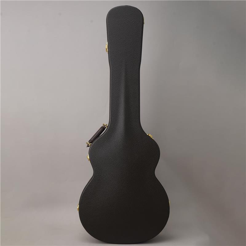 楽器種別：ユーズドTAYLOR/ユーズド 商品一覧＞＞楽器アクセサリ【10，000円〜25，000円】 商品一覧＞＞ケース/アコギ用ケース/TAYLOR 商品一覧＞＞品揃え豊富な当店なら弦、パーツ、ケーブルなどのアクセサリーがまとめて揃います！TAYLOR USED 中古 Grand Auditorium Deluxe Brown Hardshell Case テイラー商品説明Taylor純正ハードケースの美品中古が入荷！！GAサイズ（3ケタ品番の場合、末尾4のモデル）にジャストフィット！目立った使用感等見受けられず状態良好です！-----------------------------------------------以下メーカーページより引用3層構造の木製フレームに、質感のあるダークブラウンのビニールを張った仕様。ふかふかのクラッシュベルベット裏地で覆われたフォームパッドが、ギターを傷から守ります。ダブルネッククレードルとボディ形状に合わせたコンター、パッド入りハンドル、真鍮メッキの留め金、底面および側面の脚、アクセサリー収納スペースを装備。すべての仕様のテイラー・グランド・オーディトリアム・ギター（標準14フレット、12フレット、および旧型NS4モデル）に対応。モデル名末尾が「4」で終わるすべてのテイラー・モデル（例：314ce）に対応。このテイラー製ハードシェルケースは、3層構造の木製フレームに、質感のあるダークブラウンのビニール素材が張られています。ギターは、ふかふかしたクラッシュベルベットの裏地で覆われたフォームパッドによって保護されます。ダブルネッククレードルとボディ形状に合わせた設計により、ギターをぴったりと確実に固定します。その他の特徴として、パッド入りハンドル、真鍮メッキのラッチ、底面および側面の脚、アクセサリー収納スペースが備わっています。対応機種は、すべての仕様のテイラー・グランド・オーディトリアム・ギター、標準14フレット、12フレット、および旧型NS4モデル、さらにモデル番号が「4」で終わるすべてのテイラー・モデルです。イケベカテゴリ_楽器アクセサリ_ケース_アコギ用ケース_TAYLOR_ユーズド SW_TAYLOR_ユーズド 登録日:2026/04/11 アコギ用ケース アコギケース テイラー テーラー