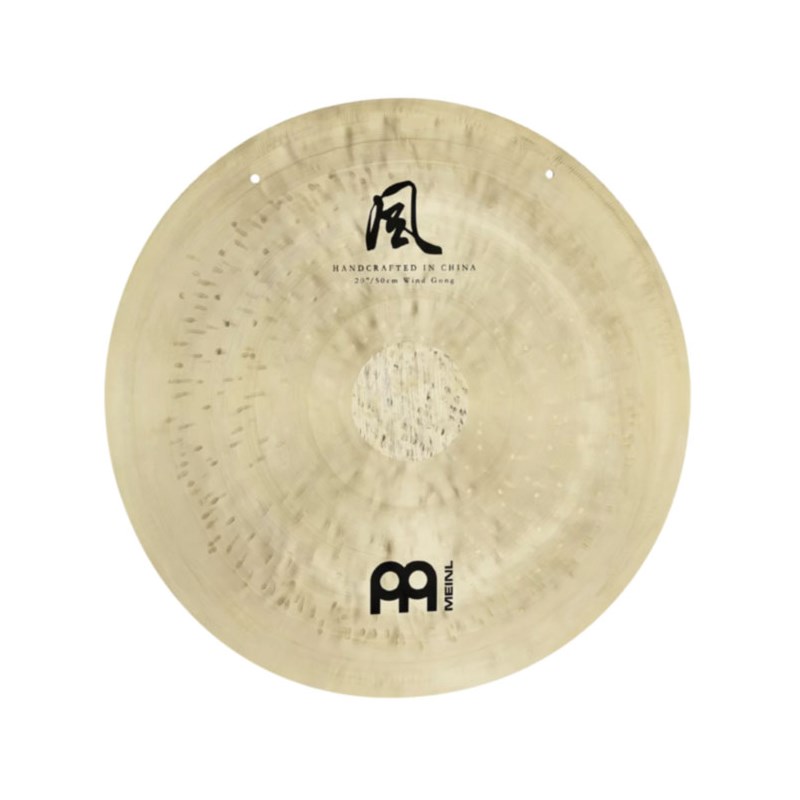 楽器種別：新品MEINL/Other 商品一覧＞＞MEINL/新品 商品一覧＞＞ドラム【25，000円〜55，000円】 商品一覧＞＞シンバル/その他/MEINL 商品一覧＞＞安心してお買い物頂けるよう、スネアもシンバルも丁寧梱包でお届けします！MEINL WG-TT20 [Sonic Energy Collection THE WIND GONG 20/銅鑼]商品説明Sonic Energy Collection THE WIND GONG 20中国の伝統的な製法で特別なブロンズ合金を使用して手作りされているこちらのゴングは、FengまたはSun Gongという名前でも知られています。形状はほぼフラットで、これによりゴングの振動が非常にワイドに広がり、長いサスティンが続きます。音の特徴は主に低音で、ゴングをより強く演奏することによって、焼けるような倍音が見事に広がります。〜MEINL Sonic Energy Collection〜MEINL Sonic Energy Collectionは、私たちの心、体、エネルギーが1つの繋がりとして体験できる様にする為の、様々なツールを集めたコレクションです。健康、ウェルネス業界の多くの開業医やセラピストは、ストレスマネジメント、不安解消、不眠症、うつ病、依存症回復、ペインマネジメントなどのために、これらのツールを治療的に使用しています。私たちが日常的に出会う振動のユニークな表現であり、注意深く聞くとそれぞれが独自の言語は持っているかのようです。生活の中で調和しているすべてのものの定義に感謝するように、私たちを導き、新たな安らぎ、健康回復へのサポートをいたします。美しく細工された作品のコレクションは、音による自己発見をシンプルかつ深遠な活動にして行きます。サイズ：20/約50cmハンドクラフト中国製素材：Special bronze alloyカバー、ビーター付属イケベカテゴリ_ドラム_シンバル_その他_MEINL_Other_新品 SW_MEINL_新品 JAN:0840553016772 登録日:2020/07/19 シンバル マイネル