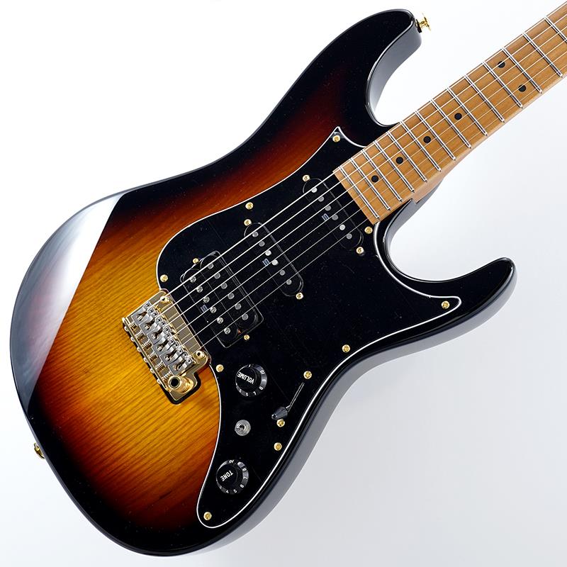楽器種別：新品Ibanez/新品 商品一覧＞＞エレキギター【195，000円〜365，000円】 商品一覧＞＞STタイプ/Ibanez 商品一覧＞＞当店のギターは、出荷前に専門スタッフが検品・調整しているので安心です！Ibanez Prestige AZ2204AG-TFB (Tri-Fade Burst)商品説明AZ - Pushing the boundaries / Ash bodied AZ Modelアッシュ材ボディ、リセス・マウント・トレモロ、SSHピックアップ・レイアウト・モデル【AZ2204AG】じゅうぶんな低音域特性、高音域特性をともに備え、良好なサスティーンが特長のアッシュ材ボディに、AZモデル専用開発のSeymour Duncan製ピックアップをSSHレイアウトでピックガード・マウントした2026年モデルです。Prestigeモデルでは初めてゴールド・カラーのパーツを採用しています。◆AZ Oval C S-TECH WOOD Roasted Maple 1pc neck自社・他社問わず数十種類のギターのネック・グリップを計測、分析して完成したオリジナル・ネック形状です。指板とネックの接着面から指板エッジにかけてなだらかに落とし込むようにシェイピングし、指板エッジを丸めたコンフォート・グリップです。ボールミル加工によって正確に且つ確実にその形状を再現しています。ロー・フレット部での握り込みやすさ、ハイ・フレット部にかけては親指をネック裏に置くクラシカル・スタイルでの演奏性を特に配慮した形状となっています。窒素加熱処理技術であるエステック処理されたメイプル材を使用。エステック処理された木材は形状安定性、反りに対する耐久性、耐水性、温度変化に強いといった特徴を持っており、日本国内で特許技術を取得しています。また、フィニッシュには弾き込まれたギターのネックの様な質感のオイル・フィニッシュ仕上げを採用しています。◆S-TECH WOOD Roasted Maple fretboard with Stainless Frets触れ幅の大きなチョーキングをしても音詰まりせず、コードワークでも指と手にストレスを感じさせないことをポイントとして、ネックとのコンビネーションなど複数の課題を数種類の試作に落とし込み、試行錯誤を重ねて辿り着いた305mmRの指板です。◆Luminlay side dot inlay照明などでめまぐるしく変化する演奏環境に対応してくれる、高い視認性を誇る3.0mm径の蓄光材ドット・ポジションを採用しています。暗いステージの上でも自分の弾きたい音を見失うことはないでしょう。◆An ergonomic body back contourコンテンポラリーなデザインを目指したオリジナル・ボディ形状です。薄く仕上げたボディ・コンターと大きめのエルボー・コンターは、プレイヤーとギターとの一体感を生み、演奏性向上にも大きく貢献します。またボディのくびれを深くすることで抱えた時やステージ上での取り回しが良く、高い演奏性を実現しています。ボディ表面と裏面とで角のRを変えており、座位/立位に関わらずギターを抱えた瞬間にフィット感が感じられるエルゴノミックな設計です。◆Super All Access Neck Jointボディ裏面から8mmの高低差で段彫りし、さらにネックとの接合部を球面に仕上げることで高い演奏性を実現したSuper All Accessネック・ジョイントです。低音弦側のカッタウェイを浅めに設計しており、ボディとネックとの設地面積を最大化することで、高い演奏性を保持しながらもサスティーンとレゾナンスの良さをも両立しています。◆The spring-muting rubberトレモロ・ブリッジ・タイプのギターに起こりがちなスプリングの共振/共鳴を抑えるために装着したゴム製のスプリング・ミュートです。◆Bone nut油含浸した牛骨ナットを採用。チューニングの安定性に大きく貢献するナットの滑りの良さと、ビンテージギターの様なレゾナンスを実現しています。◆Gotoh T1802 tremolo bridge多くのプレイヤーやギター・ブランドから、トレモロ・ブリッジの決定版として定評のあるGOTOH 510ブリッジを、IbanezとGOTOHとのコラボレーションで新生させたブリッジです。音の立ち上がりが良さと、ソリッドかつファットなサウンドの両立を実現する、硬質な切削チタン製サドルと切削スチール製イナーシャ・ブロックを採用し、伸びのある高音域も特徴としています。弦間ピッチは10.5mmのナロー・スペーシング設計で、スキッピングやハイブリッド・ピッキングを多用するプレイヤーが要求する、弦間をまたいだピッキングのしやすさを追求しました。また、Ibanez Edgeトレモロのアームや、ウルトラ・ライト・トレモロ・アーム（カーボン製/UTA20/別売）も流用出来るアーム・ソケットを採用。従来のアームの様に回し入れることなくスナップ・インでアームを装着することが可能です。アーム取り付け部のトルクキャップを回転させることで、簡単にトレモロ・アームのトルク調整ができます。加えて、スタッドに埋め込まれたイモネジでがっちりと固定することで、チューニングのスタビリティやレゾナンスに大きく貢献するスタッド・ロック機構をも標準装備しています。スムーズなアーミングやアームアップが可能な2点支持フローティングを採用しています。◆Gotoh Magnum Lock machine heads w/H.A.P.チューニングのスタビリティに定評のあるGotoh製マグナムロック・マシンヘッドを採用。H.A.P（Height Adjustable Post）機構を搭載しており、ポスト高さを調節することが可能で、各弦毎に適切なテンションを得られます。◆Seymour Duncan Hyperion Pickups数十種以上のピックアップを入手し、それら全ての周波数特性を測定。その中からAZに最適と考えられるピックアップの仕様と音像を割り出し、ピックアップ・ブランドとして長い歴史を持ちつつ、今も尚新たな取り組みを続けているピックアップ・ブランドの代名詞Seymour Duncan社とのコラボレーションによって生まれたAZ専用ピックアップです。歪ませてもどこかに原音のクリーンさを残す様、出力を抑え気味にし、ピッキングの追従性と再現性にポイントをおいたカスタム・ピックアップです。トレブルからベース、あるいは1弦から6弦までの鳴り方まで、あくまでもトータルのバランスを重要視しエフェクトの乗りの良さも追求しました。マグネットは全てAlnico-5を採用しています。※画像はサンプルです。製品の特性上、杢目、色合いは個体ごとに異なります。商品詳細SpecsNeck type AZ Oval C S-TECH WOOD Roasted Maple neckBody Ash bodyFretboard S-TECH WOOD Roasted Maple fretboard w/Black dot inlay & Luminlay side dotFret Jumbo Stainless Steel frets w/Prestige fret edge treatmentNut BoneMachine head Gotoh Magnum Lock machine heads w/H.A.P.Bridge Gotoh T1802 tremolo bridgeNeck pickup Seymour Duncan Hyperion (S) neck pickupMiddle pickup Seymour Duncan Hyperion (S) middle pickupBridge pickup Seymour Duncan Hyperion (H) bridge pickupControls， P.U. selector 1 Volume， 1 Tone， 5-way lever switchOther Swtiches dyna-MIX9 switching system w/Alter SwitchHardware color GoldString gauge .010/.013/.017/.026/.036/.046 (D'Addario EXL110)Neck DimensionsScale 648mm/25.5Width at Nut 42mmWidth at Last Fret 56.4mmThickness at 1st 20.5mmThickness at 12th 22.5mmRadius 305mmRハード・ケース付属イケベカテゴリ_エレキギター_STタイプ_Ibanez_新品 SW_Ibanez_新品 JAN:4549763375537 登録日:2026/03/17 エレキギター アイバニーズ イバニーズ