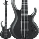 楽器種別：新品エレキベース/Ibanez 商品一覧＞＞エレキベース/Ibanez/BTB (Boutique Bass) 商品一覧＞＞エレキベース【70，000円〜140，000円】 商品一覧＞＞当店のベースは、出荷前に専門スタッフが検品・調整しているので安心です！Ibanez IronLabel BTB625EX-BKF [SPOT MODEL]商品説明全てを黒で統一し、精悍な印象を与える新しいIRON LABELシリーズBTB 5弦モデルIRON LABEL シリーズは当初から、メタル・ミュージックのためにをモットーに掲げ、開発されて来ました。改良に改良を重ね、これまでに作った中で最もHeavyなメタル専用機が完成しました。黒で統一したシンプルな外観、そしてHeavyな重厚なサウンドを奏でる機能をフルに搭載しています。次世代のIRON LABEL は、多様化したメタル・ミュージックに対応するメタル専用機へと更に進化しました。●ロング・サスティーン、豊かなレゾナンスに加え、高い剛性も兼ね備えたスルーネック構造よりナチュラルなサウンドと高い強度を狙い、メイプル材とウォルナット材を5pcに組み合わせて完成させています。また、ネック裏も艶消しのブラック塗装を施し、精悍なルックスに仕上がっています。●889mm/35エクストラ・ロング・スケールアンサンブルの中でも埋もれることのない明瞭なサウンドを生み出し、ダウンチューンにも対応しやすい35スケールを採用しています。●エボノール指板●イントネーションの正確さと開放/押弦サウンドの差異を最小限に抑える効果を期待できるゼロ・フレット●ブライトな音質と高い耐久性が特徴のステンレス・フレット●Bartolini(R) BH2 ピックアップ搭載タイトなボトム・エンドと豊かなミッドレンジとともに、バランスの良いウォームなレスポンスが特長です。●3パターンのミッド帯周波数切り替えスイッチを装備したアクティブ3-band EQワイド・レンジ&低ノイズのアクティブ・サウンドを生み出すイコライザーです。（006Pアルカリ電池駆動）スイッチの切り替えにより、ベース・サウンドの要である中音域の周波数帯を250Hz、450Hz、700Hzに切り替えることが可能です。●プラグ抜け落ちを防止するロック機能付きのNeutrik(R)ジャック商品詳細Neck type: BTB5 5pc Maple/Walnut Neck-through w/Graphite reinforcement rodsBody: OkoumebodyFretboard: Ebonolfretboard-FretMedium Stainless SteelfretsBridge: MR5 bridge (19mm string spacing)Neck pickup: Bartolini(R) BH2 neck pickupBridge pickup: Bartolini(R) BH2 bridge pickupEqualizer: Ibanez Custom Electronics 3band EQ w/3-wayMid frequency switchHardware color: BlackMachine head: Ibanez machine headsString gauge:.045/.065/.080/.100/.130 (D'Addario(R) NYXL45130SL)◆Color:・BKF (Black Flat)イケベカテゴリ_ベース_エレキベース_Ibanez_BTB (Boutique Bass)_新品 JAN:4549763287656 登録日:2021/06/18 エレキベース アイバニーズ イバニーズ