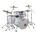 楽器種別：新品ドラムセット/Pearl 商品一覧＞＞ドラムセット【80，000円〜155，000円】 商品一覧＞＞安心してお買い物頂けるよう、スネアもシンバルも丁寧梱包でお届けします！Pearl EXX725S/C-2CSNN #33 [EXPORT スタンダードサイズドラムセット (2クラッシュシンバル仕様) / Pure White]【シンバル＆ハードウェア＆スティック付属】商品説明※こちらはご注文を頂き次第メーカーへオーダーしてから製造する受注発注モデルとなります。通常は3〜4ヶ月での入荷見込みとなりますが、ご注文時のメーカー状況に応じて変動する場合がございます。お届けまでにお時間を頂戴いたしますので予めご了承くださいませ。【The Legends of Tomorrow，Play Export Today.】EXPORT EXXパールのエントリーモデル「Export」は、全てをパッケージングし、これ一台ですぐにドラムが始められる「Ready Set Go」のコンセプト。830シリーズのスタンドは、シンバルやスネアの微妙な角度調整が出来るユニロックシステムを搭載する事で、より快適にセッティングする事ができ、ドラムペダルには、ビギナーに最適なライトフィーリング・コンセプトの「Demon Style」ドラムペダルを標準装備しました。こちらは、「Ready Set Go」コンセプトのドラムフルセットにクラッシュシンバルをもう1枚加えた、リハーサルスタジオやライブハウス向けの2クラッシュシンバルバージョンです。付属シンバルは、Pearl CXシンバルからSABIAN社製 Solarシンバルへ仕様変更しました。マシンハンマリングを採用して、よりサウンドに奥行きが増しました。ドラムセットカラーは4種類の設定。※本商品は「#33 Pure White」でのご案内となります。・#31 Jet Black（3枚目）・#33 Pure White（メイン画像、2、4枚目：本商品ページでご案内のカラーとなります。）・#717 High Voltage Blue（5枚目）・#760 Burgundy（6枚目）●Opti-Loc Tom Mount Systemフラッグシップモデルに採用している「Optimount」を継承したシステム。タムタムが揺れ過ぎずに適度なサスティーンが得られる為、演奏中のストレスを感じることなく気持ちよくプレイできます。●Demon Style Drum Pedal（P-930）このクラスでは究極のライト・フィーリングが得られるドラムペダルで、スピーディーなフットワークにもしっかりと反応する。商品詳細＜セット内容＞バスドラム：22×18タムタム：10×7タムタム：12×8フロアタム：16×16スネアドラム：14×5.5ハイハットスタンド：H-830スネアスタンド：S-830ドラムペダル：P-930ブームシンバルスタンド：BC-830 ×2ストレートシンバルスタンド：C-830ドラムスローン：D-730Sタムホルダー：TH-70I/C ×2シンバル：SABIAN Solar Cymbals（14 ハイハット、16 クラッシュ、18 クラッシュ、20 ライド）ドラムスティック（1ペア）バスドラムマフラー：BDM-M＜スペック＞シェル：6プライ（7.5mm）コンポジット・シェル（マホガニー＆ポプラ）ラグ：スモールタイプ・レギュラーラグ（NEL）タムマウントシステム：オプティロック・タムマウントシステム（OPL）タムタム＆フロアタムフープ：1.6mm スチールフープ（RH）タムタム＆フロアタムヘッド：レモ・UC クリアー（D）ヘッド（打面＆裏面）バスドラムフープ：メイプル・ウッドフープバスドラムヘッド：レモ・UC パワーストローク3 クリアー・ヘッド（打面）、UC パワーストローク3 コーテッド・ヘッド（フロント）※こちらはメーカーへオーダーしてから製造する受注発注モデルとなります。お届けまでにお時間を頂戴する場合がございますので予めご了承くださいませ。イケベカテゴリ_ドラム_ドラムセット_Pearl_新品 JAN:4549312101693 登録日:2022/03/12 ドラムセット ドラムキット パール