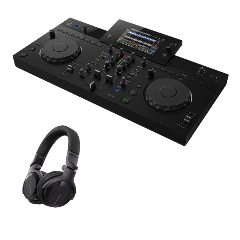 楽器種別：新品AlphaTheta/新品 商品一覧＞＞DJ機器【115，000円〜220，000円】 商品一覧＞＞オールインワンDJシステム/AlphaTheta 商品一覧＞＞DJ関連機器担当部門 Power DJ'sは1998年開店　渋谷発・国内最大級のDJ機材専門フロアです。AlphaTheta XDJ-AN + HDJ-CUE1 ヘッドホン SET　【今ならロゴ入りType C/A USBメモリースティック（USB3.0対応 128GB）プレゼント】商品説明★USBメモリースティック、スマホなどのモバイルデバイス、PC/MacのDJアプリケーションの他、音楽ストリーミングサービス楽曲に対応したAlphaThetaのオールインワンDJシステム XDJ-ANと初心者向けDJヘッドホンを組み合わせたセット！★■XDJ-AN + HDJ-CUE1 ヘッドホンSET 内容その1　オールインワンDJシステム AlphaTheta XDJ-ANその2　ヘッドホン Pioneer DJ HDJ-CUE1自宅でのUSBメモリースティックを使用したDJ練習に最適なAlphaTheta 「XDJ-AN」と、コンパクトかつ高性能なDJ初心者向けオーバーイヤー型DJヘッドホン「Pioneer DJ HDJ-CUE1」を組み合わせた、快適なDJプレイを実現するセットです。DJコントローラーとヘッドホンを合わせて揃えたい方にはおすすめの内容です！★さらに今ならXDJ-ANをお求めの方にAlphaThetaロゴ入りType C/A USBメモリースティック（USB3.0対応 128GB）をプレゼント！台数限定のキャンペーンとなりますためこの機会をお見逃しなく！★---【XDJ-ANの主な特徴】■音楽ストリーミングサービスに直接アクセスし、DJプレイから次の楽曲発見までをサポート音楽ストリーミングサービスの楽曲に機器から直接アクセスし、そのままDJプレイできるStreamingDirectPlayに対応しています。Apple Music、Beatport Streaming、Spotify※1 などで見つけた楽曲を即座にDJプレイに活用できます。※1 Spotifyは今後対応予定です。また、Info Search機能により、再生中の楽曲のアーティスト名やアルバム情報から関連楽曲をタッチ操作で検索でき、膨大なカタログからスムーズな楽曲探索をサポートします。さらに、rekordbox CloudDirectPlayにも対応。DropboxやGoogle Driveなどのクラウド上に保存されたrekordboxライブラリに直接アクセスし、本体上で自分のライブラリの楽曲やプレイリストを呼び出して、すぐにDJプレイを行えます。■本体で完結するクラウド上のプレイリスト編集と楽曲管理これまでPC/Macで行っていたプレイリストの作成・編集作業を、本体のみで行えるようになり、よりシームレスな準備とプレイが可能になりました。クラウド上のプレイリストの新規作成や楽曲の追加、並び替え、削除、名前変更、複数曲の一括選択に対応し、柔軟にプレイリストを管理できます。また、Cloud Library Sync※2 により、本体上で変更したHot Cueやプレイリストの編集内容も自動でクラウドに同期されるため、常に最新の状態でライブラリを管理できます。※2 Cloud Library Syncをご利用になるには、rekordboxのサブスクリプションプランへの加入が必要です。クラウドと連携したプレイリストバンク機能により、登録したプレイリストをクラウド上に保持できるようになりました。電源を入れ直しても前回の状態をそのまま呼び出せるため、すぐにDJプレイを再開できます。■オールインワンDJシステム初モバイルアプリに対応し、演奏の選択肢を拡張XDJ-ANは、オールインワンDJシステムとしてrekordbox for iOSやdjay for iOSといったDJアプリでの演奏を実現しました。手持ちのスマートフォンで手軽にDJプレイを始められるほか、Wi-Fi環境が整っていない現場でも、あらかじめ楽曲を保存したモバイルデバイスを使用してプレイできます。また、DJ向けライブ配信・録音アプリDJM-RECにも対応し、SNSなどを通じて自身のプレイを発信できます。■クラブスタンダードに通じる操作レイアウトとメディア対応で、スムーズなステップアップを実現プロフェッショナルの現場で使用されているCDJシリーズやDJMシリーズに通じる基本操作レイアウトを採用しました。シンプルで直感的に操作できる設計でありながら、DJに必要な機能をしっかり備えており、初めてのユーザーでも扱いやすく、DDJシリーズユーザーもスムーズに次のステージへ移行できます。さらに、PC/MacとUSBケーブルで接続することで、rekordbox for Mac/WindowsやSerato DJ Lite、djay ProなどのDJソフトウェアを使用したプレイが可能です。USBメモリでのプレイにも対応しており、クラブスタンダード機器との高い親和性を備えています。■高音質設計と多様なオーディオセットアップに対応AlphaTheta社が長年培ってきた高音質設計を踏襲し、音量や使用環境に左右されることなくクリアかつ迫力のあるサウンドを提供します。プロフェッショナル音響機器と接続可能なXLR外部出力端子、手持ちのオーディオ機器と接続できるRCA出力端子に加え、Bluetoothオーディオ入出力にも対応しており、多様なオーディオセットアップで使用できます。【入力 / 出力】◎入力：MIC × 1 (1/4″TRS jack)◎出力：MASTER × 2 (XLR × 1， RCA × 1)、PHONES × 1 (3.5 mm stereo mini jack)◎USB：USB Type-C × 1 (Storage)、USB Type-C × 1 (PC/Mac/Mobile device)、USB Type-C × 1 (Power supply)◎無線LAN：対応規格IEEE 802.11 a/b/g/n/ac、使用周波数帯域2.4 GHz / 5 GHz 帯◎Bluetooth（入力）：無線方式Bluetooth Classic、対応コーデックClassic Audio (SBC， AAC)◎SonicLink（出力）：使用周波数帯域2.4 GHz 帯【対応ソフトウェア】◎DJパフォーマンス・rekordbox for Mac/Windows（Hardware Unlock)(無償）・rekordbox for iOS（USBケーブル接続時のDJプレイはiOS版のみ対応)(無償）・djay Pro for Mac and Windows（有償）・djay for iOS（有償）・Serato DJ Lite（無償）・Serato DJ Pro（有償）◎LINK EXPORT・rekordbox for Mac/Windows（無償）・rekordbox for iOS/Android（無償）◎StreamingDirectPlay対応音楽ストリーミング：Apple Music、Beatport Streaming、（Spotifyは今後対応予定）【主な仕様】◎周波数特性：20 Hz-20 kHz (USB， MIC)◎S/N比：（定格出力時、 A-WEIGHTED）112 dB (USB)， 78 dB (MIC)◎全高調波歪率：(20 Hz 〜 20 kHz BW) 0.003 % (USB)◎電源：定格電圧 / 定格電流 DC 9 V / 3.0 A◎最大外形寸法：（W × D × H）638 × 359.2 × 89.9 mm◎本体質量：5.2 kg◎梱包サイズ：712x194x445mm / 8.1kg◎付属品：電源コード、ACアダプター、保証書（一部の地域）、クイックスタートガイド、使用上のご注意※ソフトウェアの最新動作環境はメーカーサイトもしくはメーカーサポートにてご確認の上、お求め下さい。---【HDJ-CUE1の主な特徴】HDJ-CUE1は透き通る高音、中音、そして力強い低音をはっきりと聞き取れるサウンドチューニングとなっており、スムーズに曲をMIXできます。また、軽量で、快適な装着感を追及して設計されているので、長いDJセットの間も疲れることがありません。ハウジング部分は完全に90 度回転するスイベル機構を採用。片側を頭部にかけたまま、あるいは首にかけた状態でも、片耳だけではっきりと聴くことができます。・形式：密閉・ダイナミック型・使用ユニット：40 mmドームタイプ・接続コード：1.2 m short coiled cable (1.8 m extended length)・付属品：1.2 m カールコード (伸長時 約1.8 m)・質量 （コード含まず）：215 g・最大入力（JEITA）：2000 mW・出力音圧レベル：104 dB・再生周波数帯域：5 - 30000 Hz・インピーダンス：32 Ω---※店頭、または通信販売にて売却後、敏速な削除は心掛けておりますが、web上から削除をする際どうしてもタイムラグが発生してしまいます。万が一商品が売切れてしまう場合もございますので予めご了承ください。イケベカテゴリ_DJ機器_オールインワンDJシステム_AlphaTheta_新品 SW_AlphaTheta_新品 JAN:4573201244123 登録日:2026/10/05 アルファシータ パイオニア パイオニアディージェー