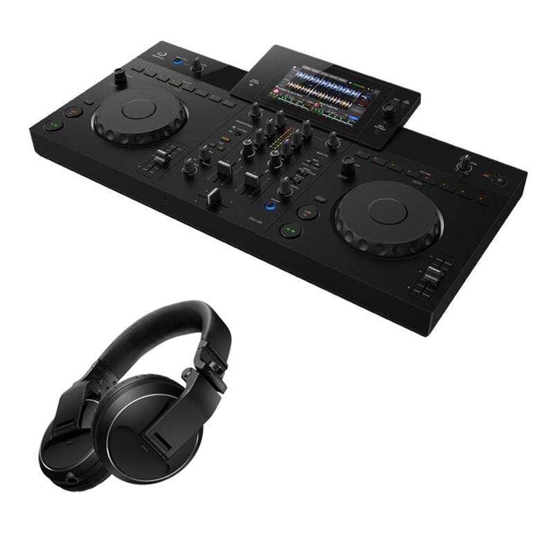 楽器種別：新品AlphaTheta/新品 商品一覧＞＞DJ機器【120，000円〜225，000円】 商品一覧＞＞オールインワンDJシステム/AlphaTheta 商品一覧＞＞DJ関連機器担当部門 Power DJ'sは1998年開店　渋谷発・国内最大級のDJ機材専門フロアです。AlphaTheta XDJ-AN + HDJ-X5-K ヘッドホン SET　【今ならロゴ入りType C/A USBメモリースティック（USB3.0対応 128GB）プレゼント】商品説明★USBメモリースティック、スマホなどのモバイルデバイス、PC/MacのDJアプリケーションの他、音楽ストリーミングサービス楽曲に対応したAlphaThetaのオールインワンDJシステム XDJ-ANと高品質プロフェッショナルヘッドホンを組み合わせたセット！★■XDJ-AN + HDJ-X5-K ヘッドホンSET 内容その1　オールインワンDJシステム AlphaTheta XDJ-ANその2　ヘッドホン Pioneer DJ HDJ-X5-K自宅でのUSBメモリースティックを使用したDJ練習に最適なAlphaTheta 「XDJ-ANと」、高音質、高耐久性、高機能性を実現したオーバーイヤー型DJヘッドホン「Pioneer DJ HDJ-X5-K」を組み合わせた、快適なDJプレイを実現するセットです。セット価格でお買い得となっておりますので、DJコントローラーとヘッドホンを合わせて揃えたい方にはおすすめの内容です！★さらに今ならXDJ-ANをお求めの方にAlphaThetaロゴ入りType C/A USBメモリースティック（USB3.0対応 128GB）をプレゼント！台数限定のキャンペーンとなりますためこの機会をお見逃しなく！★---【XDJ-ANの主な特徴】■音楽ストリーミングサービスに直接アクセスし、DJプレイから次の楽曲発見までをサポート音楽ストリーミングサービスの楽曲に機器から直接アクセスし、そのままDJプレイできるStreamingDirectPlayに対応しています。Apple Music、Beatport Streaming、Spotify※1 などで見つけた楽曲を即座にDJプレイに活用できます。※1 Spotifyは今後対応予定です。また、Info Search機能により、再生中の楽曲のアーティスト名やアルバム情報から関連楽曲をタッチ操作で検索でき、膨大なカタログからスムーズな楽曲探索をサポートします。さらに、rekordbox CloudDirectPlayにも対応。DropboxやGoogle Driveなどのクラウド上に保存されたrekordboxライブラリに直接アクセスし、本体上で自分のライブラリの楽曲やプレイリストを呼び出して、すぐにDJプレイを行えます。■本体で完結するクラウド上のプレイリスト編集と楽曲管理これまでPC/Macで行っていたプレイリストの作成・編集作業を、本体のみで行えるようになり、よりシームレスな準備とプレイが可能になりました。クラウド上のプレイリストの新規作成や楽曲の追加、並び替え、削除、名前変更、複数曲の一括選択に対応し、柔軟にプレイリストを管理できます。また、Cloud Library Sync※2 により、本体上で変更したHot Cueやプレイリストの編集内容も自動でクラウドに同期されるため、常に最新の状態でライブラリを管理できます。※2 Cloud Library Syncをご利用になるには、rekordboxのサブスクリプションプランへの加入が必要です。クラウドと連携したプレイリストバンク機能により、登録したプレイリストをクラウド上に保持できるようになりました。電源を入れ直しても前回の状態をそのまま呼び出せるため、すぐにDJプレイを再開できます。■オールインワンDJシステム初モバイルアプリに対応し、演奏の選択肢を拡張XDJ-ANは、オールインワンDJシステムとしてrekordbox for iOSやdjay for iOSといったDJアプリでの演奏を実現しました。手持ちのスマートフォンで手軽にDJプレイを始められるほか、Wi-Fi環境が整っていない現場でも、あらかじめ楽曲を保存したモバイルデバイスを使用してプレイできます。また、DJ向けライブ配信・録音アプリDJM-RECにも対応し、SNSなどを通じて自身のプレイを発信できます。■クラブスタンダードに通じる操作レイアウトとメディア対応で、スムーズなステップアップを実現プロフェッショナルの現場で使用されているCDJシリーズやDJMシリーズに通じる基本操作レイアウトを採用しました。シンプルで直感的に操作できる設計でありながら、DJに必要な機能をしっかり備えており、初めてのユーザーでも扱いやすく、DDJシリーズユーザーもスムーズに次のステージへ移行できます。さらに、PC/MacとUSBケーブルで接続することで、rekordbox for Mac/WindowsやSerato DJ Lite、djay ProなどのDJソフトウェアを使用したプレイが可能です。USBメモリでのプレイにも対応しており、クラブスタンダード機器との高い親和性を備えています。■高音質設計と多様なオーディオセットアップに対応AlphaTheta社が長年培ってきた高音質設計を踏襲し、音量や使用環境に左右されることなくクリアかつ迫力のあるサウンドを提供します。プロフェッショナル音響機器と接続可能なXLR外部出力端子、手持ちのオーディオ機器と接続できるRCA出力端子に加え、Bluetoothオーディオ入出力にも対応しており、多様なオーディオセットアップで使用できます。【入力 / 出力】◎入力：MIC × 1 (1/4″TRS jack)◎出力：MASTER × 2 (XLR × 1， RCA × 1)、PHONES × 1 (3.5 mm stereo mini jack)◎USB：USB Type-C × 1 (Storage)、USB Type-C × 1 (PC/Mac/Mobile device)、USB Type-C × 1 (Power supply)◎無線LAN：対応規格IEEE 802.11 a/b/g/n/ac、使用周波数帯域2.4 GHz / 5 GHz 帯◎Bluetooth（入力）：無線方式Bluetooth Classic、対応コーデックClassic Audio (SBC， AAC)◎SonicLink（出力）：使用周波数帯域2.4 GHz 帯【対応ソフトウェア】◎DJパフォーマンス・rekordbox for Mac/Windows（Hardware Unlock)(無償）・rekordbox for iOS（USBケーブル接続時のDJプレイはiOS版のみ対応)(無償）・djay Pro for Mac and Windows（有償）・djay for iOS（有償）・Serato DJ Lite（無償）・Serato DJ Pro（有償）◎LINK EXPORT・rekordbox for Mac/Windows（無償）・rekordbox for iOS/Android（無償）◎StreamingDirectPlay対応音楽ストリーミング：Apple Music、Beatport Streaming、（Spotifyは今後対応予定）【主な仕様】◎周波数特性：20 Hz-20 kHz (USB， MIC)◎S/N比：（定格出力時、 A-WEIGHTED）112 dB (USB)， 78 dB (MIC)◎全高調波歪率：(20 Hz 〜 20 kHz BW) 0.003 % (USB)◎電源：定格電圧 / 定格電流 DC 9 V / 3.0 A◎最大外形寸法：（W × D × H）638 × 359.2 × 89.9 mm◎本体質量：5.2 kg◎梱包サイズ：712x194x445mm / 8.1kg◎付属品：電源コード、ACアダプター、保証書（一部の地域）、クイックスタートガイド、使用上のご注意※ソフトウェアの最新動作環境はメーカーサイトもしくはメーカーサポートにてご確認の上、お求め下さい。---【HDJ-X5の主な特徴】これまでのプロ仕様のDJヘッドホンから継承したプロフェッショナル・グレードのサウンド・デザインにより、ブースまたはご自宅でも大音量でも歪みのないモニタリングを楽しむことができます。あらゆるDJモニタリングスタイルにフレキシブルに対応できるスイベル機構を踏襲しつつ、DJのフィードバックに基づいたハウジング設計により、快適でストレスの無いDJモニタリングが可能になりました。・形式：Closed， dynamic・使用ユニット：40 mmドームタイプ・接続コード：1.2 m short coiled cable (1.8 m extended length)・付属品：Φ6.3 mmステレオ標準プラグアダプター (ネジ式)、キャリングポーチ・質量 （コード含まず）：269 g・最大入力（JEITA）：2000 mW・出力音圧レベル：102 dB・再生周波数帯域 ：5 - 30000 Hz・インピーダンス：32 Ω※店頭、または通信販売にて売却後、敏速な削除は心掛けておりますが、web上から削除をする際どうしてもタイムラグが発生してしまいます。万が一商品が売切れてしまう場合もございますので予めご了承ください。イケベカテゴリ_DJ機器_オールインワンDJシステム_AlphaTheta_新品 SW_AlphaTheta_新品 JAN:4573201244123 登録日:2026/10/05 アルファシータ パイオニア パイオニアディージェー