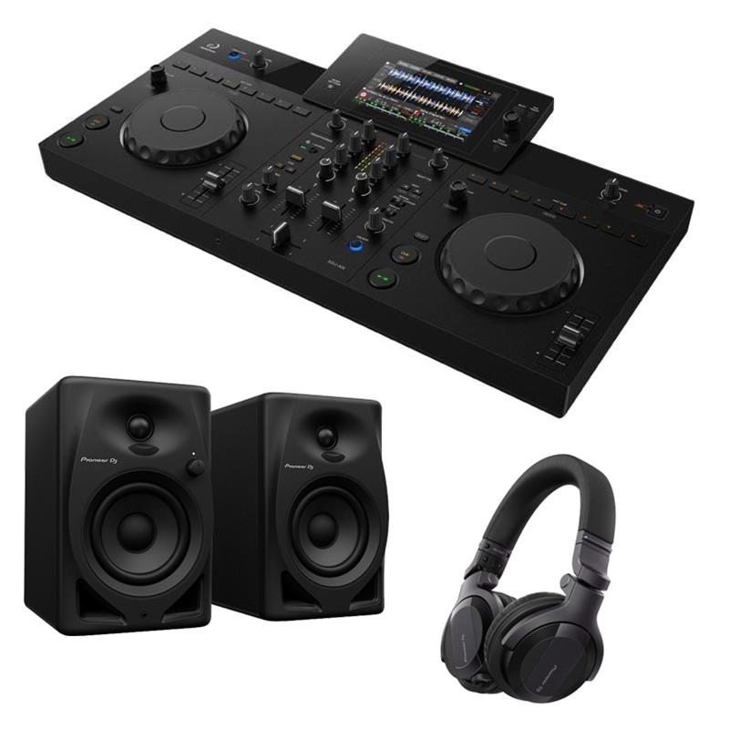 楽器種別：新品AlphaTheta/新品 商品一覧＞＞DJ機器【130，000円〜245，000円】 商品一覧＞＞オールインワンDJシステム/AlphaTheta 商品一覧＞＞DJ関連機器担当部門 Power DJ'sは1998年開店　渋谷発・国内最大級のDJ機材専門フロアです。AlphaTheta XDJ-AN + HDJ-CUE1 ヘッドホン + DM-40D スピーカー SET　【今ならロゴ入りType C/A USBメモリースティック（USB3.0対応 128GB）プレゼント】商品説明★USBメモリースティック、スマホなどのモバイルデバイス、PC/MacのDJアプリケーションの他、音楽ストリーミングサービス楽曲に対応したAlphaThetaのオールインワンDJシステムXDJ-ANと自宅での使用に最適なサイズとスペックのアンプ内蔵DJ向けモニタースピーカー、さらに初心者向けDJヘッドホンを組み合わせたセット！★■XDJ-AN + DJ-CUE1ヘッドホン + DM-40Dスピーカー SET 内容その1　オールインワンDJシステム AlphaTheta XDJ-ANその2　ヘッドホン Pioneer DJ HDJ-CUE1その3　アンプ内蔵スピーカー Pioneer DJ DM-40D（接続ケーブル同梱）自宅でのUSBメモリースティックを使用したDJ練習に最適な「AlphaTheta XDJ-AN」と、コンパクトかつ高性能なDJ初心者向けオーバーイヤー型DJヘッドホン「Pioneer DJ HDJ-CUE1」を組み合わせた、快適なDJプレイを実現するセットです。さらにこちらのセットには小型パワードスピーカー「Pioneer DJ DM-40D」が付属しますので、すぐに音出し練習が可能。パワードスピーカーとヘッドホンを合わせて揃えたい方にはおすすめの内容です！★さらに今ならXDJ-ANをお求めの方にAlphaThetaロゴ入りType C/A USBメモリースティック（USB3.0対応 128GB）をプレゼント！台数限定のキャンペーンとなりますためこの機会をお見逃しなく！★---【XDJ-ANの主な特徴】■音楽ストリーミングサービスに直接アクセスし、DJプレイから次の楽曲発見までをサポート音楽ストリーミングサービスの楽曲に機器から直接アクセスし、そのままDJプレイできるStreamingDirectPlayに対応しています。Apple Music、Beatport Streaming、Spotify※1 などで見つけた楽曲を即座にDJプレイに活用できます。※1 Spotifyは今後対応予定です。また、Info Search機能により、再生中の楽曲のアーティスト名やアルバム情報から関連楽曲をタッチ操作で検索でき、膨大なカタログからスムーズな楽曲探索をサポートします。さらに、rekordbox CloudDirectPlayにも対応。DropboxやGoogle Driveなどのクラウド上に保存されたrekordboxライブラリに直接アクセスし、本体上で自分のライブラリの楽曲やプレイリストを呼び出して、すぐにDJプレイを行えます。■本体で完結するクラウド上のプレイリスト編集と楽曲管理これまでPC/Macで行っていたプレイリストの作成・編集作業を、本体のみで行えるようになり、よりシームレスな準備とプレイが可能になりました。クラウド上のプレイリストの新規作成や楽曲の追加、並び替え、削除、名前変更、複数曲の一括選択に対応し、柔軟にプレイリストを管理できます。また、Cloud Library Sync※2 により、本体上で変更したHot Cueやプレイリストの編集内容も自動でクラウドに同期されるため、常に最新の状態でライブラリを管理できます。※2 Cloud Library Syncをご利用になるには、rekordboxのサブスクリプションプランへの加入が必要です。クラウドと連携したプレイリストバンク機能により、登録したプレイリストをクラウド上に保持できるようになりました。電源を入れ直しても前回の状態をそのまま呼び出せるため、すぐにDJプレイを再開できます。■オールインワンDJシステム初モバイルアプリに対応し、演奏の選択肢を拡張XDJ-ANは、オールインワンDJシステムとしてrekordbox for iOSやdjay for iOSといったDJアプリでの演奏を実現しました。手持ちのスマートフォンで手軽にDJプレイを始められるほか、Wi-Fi環境が整っていない現場でも、あらかじめ楽曲を保存したモバイルデバイスを使用してプレイできます。また、DJ向けライブ配信・録音アプリDJM-RECにも対応し、SNSなどを通じて自身のプレイを発信できます。■クラブスタンダードに通じる操作レイアウトとメディア対応で、スムーズなステップアップを実現プロフェッショナルの現場で使用されているCDJシリーズやDJMシリーズに通じる基本操作レイアウトを採用しました。シンプルで直感的に操作できる設計でありながら、DJに必要な機能をしっかり備えており、初めてのユーザーでも扱いやすく、DDJシリーズユーザーもスムーズに次のステージへ移行できます。さらに、PC/MacとUSBケーブルで接続することで、rekordbox for Mac/WindowsやSerato DJ Lite、djay ProなどのDJソフトウェアを使用したプレイが可能です。USBメモリでのプレイにも対応しており、クラブスタンダード機器との高い親和性を備えています。■高音質設計と多様なオーディオセットアップに対応AlphaTheta社が長年培ってきた高音質設計を踏襲し、音量や使用環境に左右されることなくクリアかつ迫力のあるサウンドを提供します。プロフェッショナル音響機器と接続可能なXLR外部出力端子、手持ちのオーディオ機器と接続できるRCA出力端子に加え、Bluetoothオーディオ入出力にも対応しており、多様なオーディオセットアップで使用できます。【入力 / 出力】◎入力：MIC × 1 (1/4″TRS jack)◎出力：MASTER × 2 (XLR × 1， RCA × 1)、PHONES × 1 (3.5 mm stereo mini jack)◎USB：USB Type-C × 1 (Storage)、USB Type-C × 1 (PC/Mac/Mobile device)、USB Type-C × 1 (Power supply)◎無線LAN：対応規格IEEE 802.11 a/b/g/n/ac、使用周波数帯域2.4 GHz / 5 GHz 帯◎Bluetooth（入力）：無線方式Bluetooth Classic、対応コーデックClassic Audio (SBC， AAC)◎SonicLink（出力）：使用周波数帯域2.4 GHz 帯【対応ソフトウェア】◎DJパフォーマンス・rekordbox for Mac/Windows（Hardware Unlock ? 無償）・rekordbox for iOS（USBケーブル接続時のDJプレイはiOS版のみ対応)(無償）・djay Pro for Mac and Windows（有償）・djay for iOS（有償）・Serato DJ Lite（無償）・Serato DJ Pro（有償）◎LINK EXPORT・rekordbox for Mac/Windows（無償）・rekordbox for iOS/Android（無償）◎StreamingDirectPlay対応音楽ストリーミング：Apple Music、Beatport Streaming、（Spotifyは今後対応予定）【主な仕様】◎周波数特性：20 Hz-20 kHz (USB， MIC)◎S/N比：（定格出力時、 A-WEIGHTED）112 dB (USB)， 78 dB (MIC)◎全高調波歪率：(20 Hz 〜 20 kHz BW) 0.003 % (USB)◎電源：定格電圧 / 定格電流 DC 9 V / 3.0 A◎最大外形寸法：（W × D × H）638 × 359.2 × 89.9 mm◎本体質量：5.2 kg◎梱包サイズ：712x194x445mm / 8.1kg◎付属品：電源コード、ACアダプター、保証書（一部の地域）、クイックスタートガイド、使用上のご注意※ソフトウェアの最新動作環境はメーカーサイトもしくはメーカーサポートにてご確認の上、お求め下さい。---【HDJ-CUE1の主な特徴】HDJ-CUE1は透き通る高音、中音、そして力強い低音をはっきりと聞き取れるサウンドチューニングとなっており、スムーズに曲をMIXできます。また、軽量で、快適な装着感を追及して設計されているので、長いDJセットの間も疲れることがありません。ハウジング部分は完全に90 度回転するスイベル機構を採用。片側を頭部にかけたまま、あるいは首にかけた状態でも、片耳だけではっきりと聴くことができます。・形式：密閉・ダイナミック型・使用ユニット：40 mmドームタイプ・接続コード：1.2 m short coiled cable (1.8 m extended length)・付属品：1.2 m カールコード (伸長時 約1.8 m)・質量 （コード含まず）：215 g・最大入力（JEITA）：2000 mW・出力音圧レベル：104 dB・再生周波数帯域：5 - 30000 Hz・インピーダンス：32 Ω【DM-40Dの主な特徴】DM-40Dは細部まで聞き取りやすいなめらかさやバランスと、臨場感あふれるパワフルな低域表現を両立させるパワードスピーカーです。DJだけでなくや楽曲制作をこれから始める方でも、用途や環境に応じてDJモードとPRODUCTIONモードをノブ1つの操作で切り替えて、音質を簡単に変化させることができます。◎主な機能・形式：2wayバスレフ型アクティブモニタースピーカー・トゥイーター：3/4インチ（19 mm）ソフトドーム・ウーファー：4インチグラスファイバーウーファー・付属品：電源コードオーディオ変換ケーブル ( 3.5 mm ステレオミニプラグ ー RCA )スピーカーコードボトムクッションクイックスタートガイド使用上のご注意◎主な仕様・最大外形寸法 (W x H x D)：Lch: 146 x 227 x 223 mm / 5.75 x 8.94 x 8.78Rch: 146 x 227 x 212 mm / 5.75 x 8.94 x 8.35・本体質量：Lch: 2.5 kg / 5.5 lbs.Rch: 2.2 kg / 4.9 lbs.・アンプ出力(ダイナミックパワー)：Lch: 19 W / 4 ΩRch: 19 W / 4 Ω---※店頭、または通信販売にて売却後、敏速な削除は心掛けておりますが、web上から削除をする際どうしてもタイムラグが発生してしまいます。万が一商品が売切れてしまう場合もございますので予めご了承ください。イケベカテゴリ_DJ機器_オールインワンDJシステム_AlphaTheta_新品 SW_AlphaTheta_新品 JAN:4573201244123 登録日:2026/10/05 アルファシータ パイオニア パイオニアディージェー