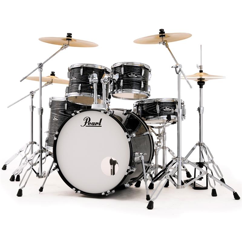 楽器種別：新品Pearl/新品 商品一覧＞＞ドラム【60，000円〜120，000円】 商品一覧＞＞ドラムセット/Pearl 商品一覧＞＞安心してお買い物頂けるよう、スネアもシンバルも丁寧梱包でお届けします！Pearl RS525SCWN/C-2CSN #801 [ROADSHOW シンバル付ドラムフルセット / 2クラッシュシンバル仕様 - Midnight Chrome Vortex]【限定品】商品説明漆黒に浮かぶシルバーグレインブラックを記帳にクロームの輝きが映える「Midnight Chrome Vortex」。独自の木目模様が描き出すコントラストが、静かで力強いルックスを演出する限定フィニッシュ。＜ROADSHOW＞この1セットですぐに演奏ができるビギナー向けのフルセット。要所に上級モデルの機能を投入することで操作性と耐久性を向上。6プライ（7mm）のポプラ材を採用したシェルは、ウッドならではのふくよかさで鳴りすぎず、他の楽器とのバランスがとれたサウンドが特長。付属のドラムペダルはダブルチェーンをはじめ、フラッグシップモデルを継承した機能が満載。ドラムスティックは折れた時を想定し2ペア、更にスティックバッグも付属しているという、ビギナーにとって最強パッケージ。こちらはドラムフルセットにクラッシュシンバルを1枚加えた、2クラッシュシンバルバージョンです。＜セット内容＞22''×16'' バスドラム10''×8'' タムタム12''×9'' タムタム16''×16'' フロアタム14''×5.5'' スネアドラムハイハットスタンドスネアスタンドドラムペダルシンバルブームスタンド（×3）ドラムスローン（高さ調整：回転式）タムホルダー（×2）20''ライドシンバル16''クラッシュシンバル18''クラッシュシンバル14''ハイハットシンバルスティック（×2ペア）スティックバッグ＜スペック＞カラー：#801 Midnight Chrome Vortexシェル：6プライ（7mm）ポプラタムタム＆フロアタムフープ：1.6mmスチールフープバスドラムフープ：スチールフープ（同色インレイ）タムタム＆フロアタムヘッド：1プライ・パールクリアー（打面＆裏面）バスドラムヘッド：1プライ・パールクリアー w/マッフルリング（打面）スネアドラムヘッド：1プライ・パールコーテッド（打面）商品詳細●シェルROADSHOWのドラムは、6プライ（7mm）のポプラシェルを採用し、フラッグシップモデルを継承したシェル成型方法でつくられる。●ハードウェアROADSHOWに含まれるハードウェアパッケージは、エントリーモデルといえども信頼のおけるスペック。力の入りがちな初心者の強烈なショットに耐えるために、すべてのラグや結合部の耐久性を高めている。スタンドは軽量で調整可能な安心感のある設計。●スネアROADSHOWキットにとって重要なサウンドを担うスネアドラム。ROADSHOWのスネアドラムは、軽いタッチでも優れたレスポンスを発揮しつつ、パワフルな音色を発揮する。●スタンドROADSHOWキットは、エントリーモデルながらハードヒットに耐えるスタンド類を揃えており、さらに、ヘヴィなダブルブレースタイプのレッグを装備。またそれぞれのスタンドは、ダイカストジョイントにより高さを調整でき、ティルター部は求める位置で確実にロックされる仕様。●シンバルエントリードラマー向けのドラムフルセットとして、ROADSHOWには16インチのクラッシュと20インチのライドシンバル、そして14インチハイハットが付属。ROADSHOWのシンバルは、基本ビートを学ぶのに最適で、様々な刻みのパターン、要所でのアクセントに最適な組み合わせを用意。●フィニッシュROADSHOWには、鮮やかなカラーリングが施され、耐久性に優れたカバリングフィニッシュが用意されている。イケベカテゴリ_ドラム_ドラムセット_Pearl_新品 SW_Pearl_新品 JAN:4549312133960 登録日:2026/02/25 ドラムセット ドラムキット パール
