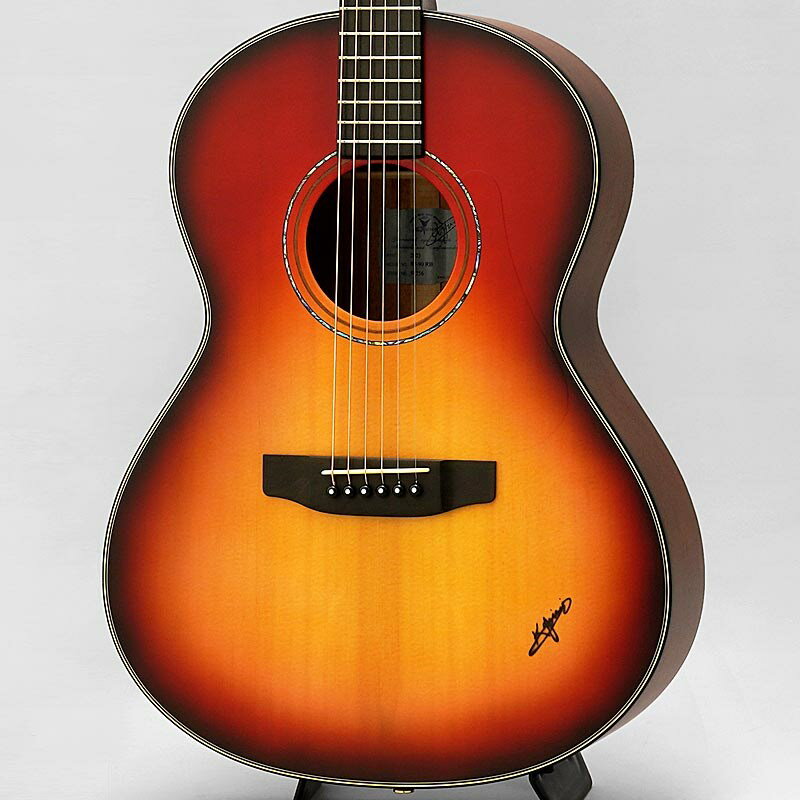 楽器種別：新品K.Yairi/新品 商品一覧＞＞アコースティック・エレアコギター【130，000円〜250，000円】 商品一覧＞＞アコースティックギター/K.Yairi 商品一覧＞＞アコギ買うなら、当店で！出荷前の検品・調整はもちろん、丁寧梱包でお届けします！K.Yairi RF-90 RB Kヤイリ商品説明K.Yairi エンジェルシリーズのオール単板モデル！日本が世界に誇る、国産アコースティックの老舗「K.ヤイリ」。国産手工生産に拘りを持ち、そのクオリティの高さは国内外で高い評価を得ています。こちらはエンジェルシリーズの 「RF-90」。トップにスプルース単板、サイド&バックにマホガニー単板、マホガニーネック、エボニー指板という王道スペックとなっています。RFサイズは小振りで抱えやすく、細身のネックを採用しているので、体の小さな方や女性にオススメです。オール単板らしいダイナミックな鳴りが魅力的です！※画像はサンプルです。商品詳細[SPEC]TOP : Solid SpruceBACK&SIDE : Solid MahoganyNECK : MahoganyFINGER BOARD : EbonyBRIDGE : Ebonyナット幅：42mmスケール(弦長) : 64.5cm全長 : 100cmボディ巾 : 37.5cmハードケース付属イケベカテゴリ_アコースティック・エレアコギター_アコースティックギター_K.Yairi_新品 SW_K.Yairi_新品 JAN:4580393200097 登録日:2023/07/26 アコースティックギター アコギ ヤイリ Kヤイリ ヤイリギター