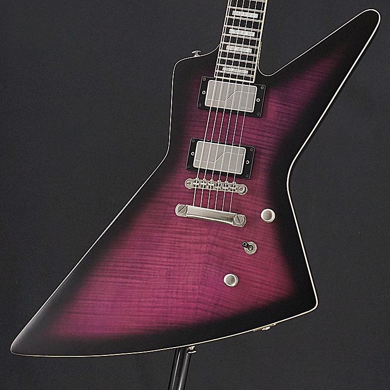 楽器種別：ユーズドEpiphone/デザイナー 商品一覧＞＞Epiphone/ユーズド 商品一覧＞＞エレキギター【60，000円〜120，000円】 商品一覧＞＞エクスプローラータイプ/Epiphone 商品一覧＞＞当店のギターは、出荷前に専門スタッフが検品・調整しているので安心です！Epiphone USED 中古 Prophecy Extura (Purple Tiger Aged Gloss) [SN.21081529982] エピフォン商品説明ギブソン直系のルックスと仕様を受け継ぎ世界中にユーザーを持つエピフォン。2021年製、モダンなスペックを備えたProphecy Exturaを代行販売にてお預かりいたしました。Prophecy Exturaは、ExplorerとFuturaのより狭いウエストとより深いカッタウェイを組み合わせたボディが特徴的なモデルです。マホガニー材のボディには美しいAAAフレイムメイプルをラミネート。非対称のSlimTaperマホガニーネックにはジャンボフレット、ブロックトライアングルパールロイドインレイが採用されております。ピックアップには3つのボイシングオプションを備えたオリジナルのFishman Fluenceをマウント。温かみのある「PatentApplied For」ヴィンテージハムバッカー、ホットでモダンなアクティブハムバッカーサウンド、シングルコイルサウンドそれぞれをボリュームとトーンコントロールのプッシュ/プルからアクセス可能です。チューナーには、優れたピッチを提供するGrover Locking Rotomaticを、ブリッジには安心のLockTone Tune-O-Maticが搭載されております。個体状態といたしましては、多少の細かなキズやビスのサビ、使用により塗装面に艶の生じている箇所がございますが、美観を損なう深いキズはございません。フレットもやや摩耗はございますが十分な高さを残し、トラスロッドや電装系含め演奏面での支障はございませんので、これからもガンガンお使いいただける1本としてお迎えいただけます。華やかな外観に充実の仕様が魅力的な本機、ぜひともこの機会をお見逃しなく！2021年製オリジナル・ソフトケース付属Weight≒3.92kg商品詳細Body.....AAA Flame Maple veneer Top， Mahogany BackFinish.....Aged GlossNeck.....Mahogany， Asymmetrical SlimTaper with Contoured HeelFingerboard.....Ebony， 12RFrets.....24JumboNut.....Black Graph Tech NuBone， 1.693Scale.....24.724Tuners.....Grover Locking RotomaticBridge.....LockTone Tune-O-Matic & LockTone StopbarHardware.....Brushed NickelPickups.....Fishman Fluence ProprietaryControls.....Volume， Tone， 3way Toggle SWイケベカテゴリ_エレキギター_エクスプローラータイプ_Epiphone_デザイナー_ユーズド SW_Epiphone_ユーズド JAN:2500010088251 登録日:2026/03/07 エレキギター エピフォン 変形