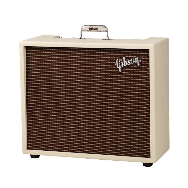 楽器種別：アウトレットGibson/アウトレット 商品一覧＞＞ギターアンプ・ベースアンプ【145，000円〜270，000円】 商品一覧＞＞ギターアンプ/コンボ/チューブ/Gibson 商品一覧＞＞安心してお買い物頂けるよう、ミニアンプもコンボアンプも丁寧梱包でお届けします！Gibson 【最終価格】Dual Falcon 20 2x10 Combo（ファルコン ギブソン）商品説明「新たに甦ったヴィンテージ・トーン」Gibsonは、エレキギター用アンプを世界に先駆けて製造したメーカーの一つとして、その歴史を誇ります。その中でもアイコニックな存在であるこのDual Falconを復活させました。オリジナルの持つ魅力的なキャラクターはそのままに、新機能を備えた2チャンネル仕様として再構築されています。このDual Falconは、カリフォルニア州ペタルーマでハンドクラフトされています。1960年代のGibson Falconアンプからインスピレーションを得つつも、著名なアンプ設計者である Randall Smith と MESA/Boogie のデザインチーム による新たなデザインを採用し、彼らが目指すローパワーアンプの新たなスタンダードを形にしたものです。Randallの50年にわたる真空管アンプ設計の経験と、卓越したパフォーマンスを追求する理念によって生み出されたDual Falcon 20 2x10 コンボは、従来のモデルとは一線を画すクオリティに仕上がっています。シンプルなコントロールながら、より広い調整幅を持たせることで、完璧なトーンを生み出します。クラシックなスプリング・リバーブはサウンドに深みを加え、多彩なスタイルの演奏に対応します。また搭載されているトレモロはスムーズなトレモロサウンドでギターサウンドに彩りを加えます。チャンネルごとに Full、 Half、 Low の3モードから出力を選択でき、幅広いシチュエーションでの対応を可能にます。さらに、バッファード・シリーズ・エフェクト・ループ を搭載し、外部エフェクトユニットを使用可能になりました。ジャンル、世代を問わず全てのギタープレイヤーがこのヴィンテージを超越したトーンと豊かなダイナミクス、絶妙に調整された低音を実感できるはずです。3段階の出力切替が各チャンネルのクリップ・ポイントと音量を細かに調節可能にし、広がりのあるリバーブがギターサウンドを引き立たせます。2基搭載された10インチ Jensen Blackbird 40 Alnicoスピーカーは余すことなく全てを出力します。2チャンネル仕様であるこのアンプは、それぞれVolumeとToneコントロール、フットスイッチで切り替え可能なリバーブとトレモロ（global SpeedとDepthコントロール付）を装備しています。トレモロが加わることで、立体感のあるサウンドが生まれ、表現の幅を向上させます。多くのギタリストを魅了するオーバードライブ・サウンドの秘密はパワーアンプの歪みにありますが、質の良いドライブ・サウンドを得るためには音量の調整が非常に重要です。このアンプではキャソダイン・ドライバーを使用しており、6L6パワー管（または、モディファイなしで使用可能な 6V6）で駆動しています。ローゲインからミディアムゲインでは強いタッチでドライブするセンシティブなサウンドを、ゲインを上げた際にはよりドライブしたドライブ・サウンドを生み出します。消してハイゲインではない極上のクラシックなドライブ・サウンドが得られるようにデザインされています。特許取得の Multi-Watt(TM) テクノロジー により、下記設定が可能です。6L6管使用時 → フル（15W）、ハーフ（6W）、ロー（2W）6V6管使用時（オプション） → フル（12W）、ハーフ（5W）、ロー（1W）演奏するステージやライブハウスの大きさに合わせて設定することで、プレイヤーが理想とするトーンとフィーリングを得る事が可能な次世代のコンボアンプです。イケベカテゴリ_ギターアンプ・ベースアンプ_ギターアンプ_コンボ_チューブ_Gibson_アウトレット SW_Gibson_アウトレット JAN:2500070720115 登録日:2025/07/13 ギターアンプ ギブソン ぎぶそん