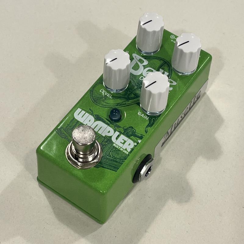 楽器種別：ユーズドWampler Pedals/ユーズド 商品一覧＞＞エフェクター【10，000円〜30，000円】 商品一覧＞＞ギター用エフェクター/歪み系/オーバードライブ/Wampler Pedals 商品一覧＞＞安心してお買い物頂けるよう、コンパクトもマルチも丁寧梱包でお届けします！Wampler Pedals USED 中古 Belle【USED SALE!!】商品説明BELLE OVERDRIVEは、このカラーからインスピレーションを受けるであろうドライブペダルの名機、グリーンペダルエフェクターをより使いやすく、そして幅広いサウンドが作れるようアレンジしました。ゲイン幅がより広く設定されており、煌びやかなクリーンブーストサウンドからソロ用のドライブサウンドまでカバーするバーサタイルなオーバードライブペダルです。Brian Wamplerにより搭載されたBASSノブは、他の帯域に一切影響を与えることなく低音域を調整することができます。そしてCOLORノブは中音域をキープしながら全帯域のトーンコントロールを可能とし、これらのノブの調整次第では滑らかでウォームなサウンドから、キレのあるクランチサウンドを容易に作ることができます。側面にはCLIPPINGスイッチを備え、歪みのコンプレッションを切り替えることができます。サチュレーションの効いた太いトーンから、ダイナミックレンジの広いトーンに切り替えることができます。コンディション：使用に問題なし要了承箇所：なし付属品：箱、取説保証：3か月イケベカテゴリ_エフェクター_ギター用エフェクター_歪み系_オーバードライブ_Wampler Pedals_ユーズド SW_Wampler Pedals_ユーズド JAN:2500070714626 登録日:2025/07/01 エフェクター コンパクトエフェクター ストンプボックス