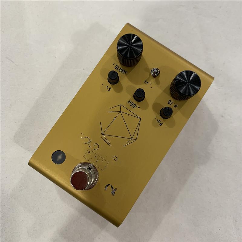 楽器種別：アウトレットJackson Audio/アウトレット 商品一覧＞＞エフェクター【15，000円〜40，000円】 商品一覧＞＞ギター用エフェクター/歪み系/オーバードライブ/Jackson Audio 商品一覧＞＞安心してお買い物頂けるよう、コンパクトもマルチも丁寧梱包でお届けします！Jackson Audio 【チョイ傷特価】 GOLDEN BOY MINI商品説明【数量限定チョイ傷特価】本製品は、本体印字ズレや、本体に小傷がある特価品です。外装に関しての不具合はすべて保証対象外となります。(動作は通常保障です)また、複数個在庫がある商品に関しましては社外倉庫在庫のため現品比較等は対応いたしかねます。予めご了承下さい。Golden Boy Miniは、カナダ出身のギタリストJoey Landreth（ジョーイ・ランドレス）とのコラボレーションでデザインされたコンパクトなオーバードライブペダルです。豊かなハーモニックのディテールとヘッドルームを備え、シンプルでパワフルなインターフェースを使ってオーバードライブのコンセプトを新たな高みに導きます。■特徴トランスペアレントなオーバードライブ：コアなトーンを維持しながら、ウォームさや深みをダイナミックに追加。幅広いゲイン・コントロール：繊細なクリーントーンからブリスターなソロまで、様々な音楽スタイルに対応。直感的なインターフェース：細やかなグリットやハーモニー豊かなトーンをスムーズに調整可能。注意事項電源：9〜18Vアダプター（別売）でのご使用を推奨します。商品詳細スペック■製品サイズ：133x66x60mm■製品重量：222g■入力端子：1/4 TS PHONE■入力インピーダンス：1MΩ■出力端子：1/4 TS PHONE■出力インピーダンス：100kΩ■電源/消費電流：DC9〜18V(φ2.1mmセンターマイナス)/ 35mA(別売)■パッケージサイズ：14.8×8.5×8.3cm■総重量(パッケージを含む)：0.294kg■生産国：アメリカ0649985674068イケベカテゴリ_エフェクター_ギター用エフェクター_歪み系_オーバードライブ_Jackson Audio_アウトレット SW_Jackson Audio_アウトレット JAN:2500070857828 登録日:2026/03/18 エフェクター コンパクトエフェクター ストンプボックス