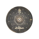 楽器種別：新品シンバル/Zildjian 商品一覧＞＞シンバル/Zildjian/S 商品一覧＞＞シンバル【15，000円〜30，000円】 商品一覧＞＞安心してお買い物頂けるよう、スネアもシンバルも丁寧梱包でお届けします！Zildjian S Dark Crash 16 [NAZLSD16C]商品説明＜S Dark＞Sダークは、Sファミリーの次の時代を象徴するシンバルです。ランダムハンマリングと独自のフィニッシュが、Sファミリーをリッチで爆発的な方向へと導きます。これまでの Sファミリーよりもダークで複雑、ややドライなサウンドを実現する Sダークは、現代のドラマーが求める独特のサウンドとルックス、そしてプレイヤーの音楽が求める強さとインパクトを提供します。＜S Dark Crash＞爆発的で薄い。クラッシュシンバルのダークなサウンドと素早いレスポンスを好む人向け。軽いタッチで素早く繊細な反応を示すSダーククラッシュは、リッチで爆発的なクラッシュサウンドを生み出します。Sダーククラッシュはシンウェイトで、アクセントや頻繁なクラッシュが必要な場合に素早く反応します。サイズ：16インチ※S Darkシンバルは、色にばらつきがある場合があります。 この独特な外観は、シンバル職人が個別に手作業で行う専用のコーティングによるものです。この工程により、2つと同じ見た目のS Darkシンバルは存在せず、1枚1枚、固有のルックスを持つシンバルとなります。手作業のフィニッシュによる見た目の違いはありますが、サウンドのキャラクターは一貫性を持っています。イケベカテゴリ_ドラム_シンバル_Zildjian_S_新品 JAN:0642388325957 登録日:2023/11/26 シンバル ジルジャン