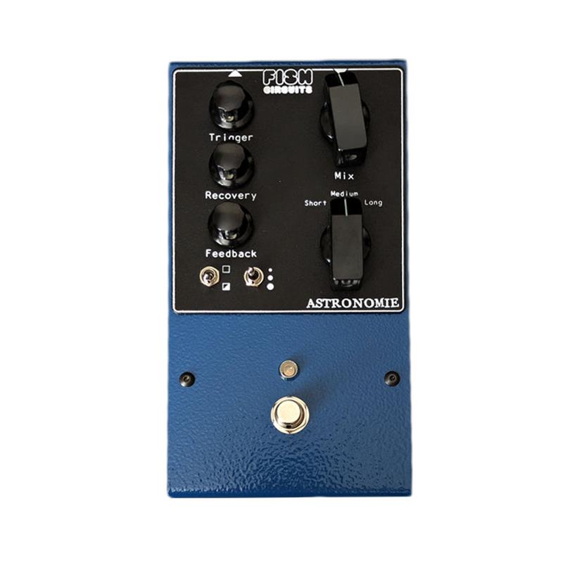 楽器種別：新品FishCircuits/新品 商品一覧＞＞エフェクター【35，000円〜70，000円】 商品一覧＞＞ギター用エフェクター/空間系/リバーブ/FishCircuits 商品一覧＞＞安心してお買い物頂けるよう、コンパクトもマルチも丁寧梱包でお届けします！FishCircuits ASTRONOMIE リバーブ　（The Fish Circuits ）商品説明Fish Circuits ASTRONOMIEは、3段階のディケイ設定、3種類のトーンプリセット、そして調整可能なフィードバックを備えたデジタルスプリングリバーブです。ここまではごく一般的な機能です。しかし、このペダルの特筆すべき点は、ピッキングする音に合わせてエフェクトの音量をダイナミックに下げられることです。コードを鳴らすとリバーブが自動的に膨らんでいく様子や、タイトなリズミカルなリフを演奏しても音が濁らず、演奏を止めた後もリバーブの残響が長く続く様子を想像してみてください。このエフェクトのあらゆる使い方を私たちがすべて思いつくほど賢くはありませんが、ASTRONOMIEがクリエイティブなギタリストの手に渡れば、その可能性は計り知れないほど広がることは容易に想像できます。イケベカテゴリ_エフェクター_ギター用エフェクター_空間系_リバーブ_FishCircuits_新品 SW_FishCircuits_新品 JAN:5391546892057 登録日:2026/05/01 リバーブ