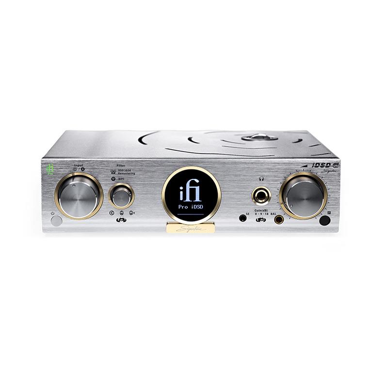 楽器種別：新品iFi audio/新品 商品一覧＞＞レコーディング【350，000円〜660，000円】 商品一覧＞＞ヘッドフォン・イヤフォン/ヘッドフォンアンプ・分配器/iFi audio 商品一覧＞＞パワーレックは、専門スタッフに気軽に相談できる渋谷発のDTM・レコーディング機材専門フロアです。iFi audio Pro iDSD 4.4 Signature (アイファイオーディオ)(DAC)(プリアンプ)(ネットワークストリーマー)(ヘッドホンアンプ)(ホームオーディオ)(真空管内蔵)(IFI-IDSD-S)商品説明【製品の特長】★最上級DAC、それ以上のもの。Pro iDSD Signatureは、iFi audioの新しいリファレンスクラスのフラッグシップモデルですが、それにとどまらない能力を秘めています。多数の受賞歴を誇ったオリジナルのPro iDSDの強みを継承し、さらに進化させました。高品質で良質な音楽を愛するユーザーのニーズに応えます。Pro iDSD Signatureは、スタンドアローンユニットとして設計されており、DAC/プリアンプ、ネットワークストリーマー、ヘッドホンアンプとしてご利用いただけます。●シグネチャーモデルのステップアップSignatureは、オリジナルのPro iDSDをさらに完璧に近づけるべく進化させました。Pro iDSD Signatureは以下の特長を備えています:・音の背景がより暗く、よりパンチの効いた低音表現を可能に・電源部品のアップグレードにより、システムノイズを300%低減・厳選されたマッチングのNOS GE5670真空管・USB1.0(PS4/PS5)のサポートを追加・新しいアルミニウム製リモコン・最上位モデルのiPower Elite電源を同梱●最新テクノロジーの積み重ねPro iDSD Signatureは、4基のDACをインターリーブ構成で使用するクアッド・スタックDAC構成を採用し、卓越した解像度を実現しています。また、強力なXMOS XU216 X-Core 200シリーズチップセットがデジタルデータを処理し、MP3、32ビット/768kHz PCM、DSD512、2xDXD、フルMQAデコーディングなど、最先端のオーディオフォーマットをサポートします。さらに、「Crysopeia FPGA デジタルエンジン」により、Pro iDSD Signatureはスタジオグレードの DSDリマスタリングをより多くのユーザーに提供します。PCMとDSDファイルをDSD512とDSD1024に高精度にアップコンバートすることも可能です。これらのすべての機能は、アプリでコントロールできます。●テイラーメイドなパーソナライズPro iDSD Signatureは、前モデル同様、極限までのサウンドテイラリングを可能にします。ソリッドステート、真空管、真空管+モードを、スイッチ一つで切り替えて音楽を楽しめます。「Crysopeia FPGA デジタルエンジン」により、Pro iDSD Signatureはデジタルフィルタリングの様々なオプションを提供します。GTOフィルターは重厚感と新しい次元を加え、Bit Perfect、Bit Perfect+、Apodising、Transient Alignedフィルターはサウンドをさらに微調整する選択肢を与えてくれます。また、ディスクリートで完全バランス型のクラスAアンプ段は、ゲインを調整可能です。●あなたの選択こそ、唯一の選択。・Tidal、Spotify、Napster、QQ Musicなどからワイヤレスでストリーミング・AirPlayを使ってiPhone、iPad、Macから再生・イーサネット接続でルーターやNASから再生・スマートフォン、タブレット、Windows/Linuxコンピューターを使ったDLNAネットワークオーディオ再生・ハードディスクドライブ(HDD)に接続・USBメモリースティックやSDHCカードを挿入そして、シングルエンド6.3mm、Sバランス3.5mm、バランス4.4mmなど様々なヘッドホン出力端子により、選択肢はあなた次第です。●究極のクリーンな電源こそ、フラッグシップに相応しい。Pro iDSD Signatureには、フラッグシップモデルのiPower Eliteが付属しています。ノイズを300倍低減する再設計された電源基板と組み合わせることで、音楽はバターのようになめらかになります。内側も外側も、Pro iDSD Signature(およびPro iCAN Signature)用の最もクリーンで純粋な電源を求めて、あらゆる努力を惜しまないことでたどり着ける境地が、そこにあります。■要素技術●XMOS 16-CoreチップXMOS 16-Coreチップは、USBデジタル入力で受信したオーディオデータを処理します。この新しい低レイテンシーのXMOSマイクロコントローラーは、処理能力が大幅に向上しています。現行世代の8コアチップと比較して、この新しい16コアICは、2倍のクロックスピード（2000MIPS）と4倍のメモリー（512KB）を実現し、最新のSuperSpeed USB規格にも対応しています。iFi audioの社内デジタル開発チームは、音質を最適化し、バーブラウンDACとの完璧なパートナーシップを保証するために、XMOSファームウェアをプログラムしました。●MQA（Master Quality Authenticated）MQAは、オリジナルのマスター録音のサウンドを提供するために開発された、数々のアワードを受賞してきたイギリスの技術です。マスターMQAファイルは音源制作者によって完全に認証されており、高度な圧縮ロジックを採用するすることでストリーミングやダウンロード配信のインフラでも伝送可能な容量を実現しています。 ZEN One SignatureはMQA技術を採用して、MQAオーディオを受信およびデコードし、マスターレベルのサウンドを提供します。詳細については、mqa.co.ukをご覧ください。●フル・ディスクリート構成アンプ回路ヘッドホンアンプ部のオーディオ回路は、真空管またはJ-FET入力切替可能なフルディスクリート・フルバランス型を採用しており、バイポーラ第2段とMOSFETバッファード・バイポーラA級パワー段を備えています。●ガルバニック絶縁ガルバニック絶縁はコンピューターオーディオの「聖杯」です。すべての入力はガルバニック絶縁されています（USBを含む）。USB入力セクションは、このセクションに電力を供給するために生成されたガルバニック絶縁電圧から動作する複数のレギュレーターとフィルタリングを備えた独自の独立した電源管理システムを備えています。●クアッド・スタックDAC構成iFi audio独自のDAC回路技術であるクワッド・スタック構成DAC回路は、バーブラウン社製のビットパーフェクトDSD再生とDXD再生に対応するDACチップを使用し、これらをインターリーブ構成で設計するものです。最大8ペアの差動信号を使用し、ミックスできることを意味し、これは各チャンネルあたり4ペアの信号に相当する出力を得ることで、より高品位なD/A変換を可能としています。●Crysopeia FPGA デジタルエンジンDSD1024へのアップサンプリングは、これまで一部の人しか利用できませんでした。iFi audioが開発したDSD1024へのアップサンプリング機能は、Crysopeia(R) FPGAによる高度な信号処理技術によって実現されています。この技術により、リアルタイムでの高精度なアップサンプリングが可能となり、オーディオ品質が大幅に向上しています。これにより、より多くのオーディオ愛好家が最高の音質を体験できるようになっています。●ジッター抑制技術GMT（Global Master Timing）フェムト精度クロックとインテリジェントメモリバッファを含む、広範なジッター除去技術がデジタルステージに適用されます。低ジッタークリスタルクロックがアップグレードされ、従来製品と比べて20dB以上のジッター低減を実現しました。●LINKPLAYプラットフォームWiFiおよびネットワークベースのオーディオストリーミングを可能にするプラットフォームであるLINKPLAY(TM) によるWiFi/ネットワーク再生が可能です。内蔵SpotifyおよびTidal、32ビット/192kHzおよびDSD64の高解像度オーディオフォーマットのサポートは、強力で多用途な高品質オーディオストリーミングデバイスとなっています。コンピューターを必要としない独立した機能により、シームレスで没入感のあるリスニング体験を提供します。●独立した入力回路の真空管セクション同じ回路を搭載し、真空管セクションをスイッチ・イン/アウトするだけの他のアンプとは異なり、オリジナルのPro iDSDと今回のPro iDSD Signatureは、真空管（ゼネラル・エレクトリック5670真空管！）とソリッドステートの2つの個別の入力回路を搭載した最初のアンプのひとつです。同じ回路でチューブセクションを切り替える設計とは異なり、個別の入力回路を持つことで、各回路がそれぞれの特性を最大限に発揮できるように最適化されています。これにより、チューブとソリッドステートのどちらを使用しても、高いパフォーマンスと音質を維持することが可能です。この結果、「両方の世界の最高の音」が得られるのです。●Tube+ソリッドステート・アンプは、ダイオードやトランジスタなどの電子回路を使って音楽信号を増幅します。真空管アンプは、バルブや真空管を使って同じ働きをします。この2つの方法には顕著な音の違いがあります。真空管アンプの方がより暖かく、音楽的なトーンを生み出すと感じる人もいます。また、この2つの方式を組み合わせた「ハイブリッド」モデルを作る会社もあります。そこで、Pro iDSD Signatureでは、Tube+設定を追加しました。これは、全体的なループ・ゲインと負帰還を最小限に抑え、真空管本来の倍音とトランジェント・パフォーマンスの間に異なる音の視点を提示します。●多数のハイグレードな電子部品Pro iDSD Signatureには、アルプスアルパイン製ロータリー・ボリューム・ポテンショメーターのほか、オーディオグレードのELNA Silmicコンデンサー、そしてElna Dynacaps「スーパー・コンデンサー」のバンクなど、ハイグレードな電子部品が数多く使われています。【製品の仕様】サンプリングレート PCM768kH~DSD 49.152MHz (DSD 1024)(内部アップサンプリング使用時)DXD及び倍速DXD (2xDXD)入力 USB (DSD、DXD、サンプリングレート192kHz以上の場合に必要)AES3 (XLR ? single link)S/PDIF (同軸&光コンボ)BNCマルチファンクション (S/PDIF inまたはSync Input)出力 バランスXLR at 4.6V (+ 15dBu ? HiFi) または11.2V (+22dBu ? Pro)シングルエンドRCA at 2.3V (HiFi)または5V (Pro)ヘッドフォン標準6.3mm、S-Balanced 3.5mmジャック　0.55V/2.1V/5Vヘッドフォン（バランス）4.4mmジャックat 1.13V/4.6V/10Vヘッドフォン出力 1，500mW RMS x 2 @ 64 ohmボリューム・コントロール バランス型（6-gang）Alps製ポテンショメーター、リモコンでモーター駆動XLR/RCA出力は固定または可変に設定可能ヘッドフォン出力は常に可変その他の機能 DSDとPCM（384kHzまで）用に様々なデジタル・フィルターとアナログ・フィルターが選択可能PCMフィルター Bit-Perfect 44.1-192kHz、352.8-768kHzに常に使用Bit-Perfect+ 44.1-96kHzGibbs Transient Optimised 44.1-384kHzApodising 44.1-384kHzTransient Aligned 44.1-384kHzDSDフィルター 固定三次アナログ・フィルター@80kHz（DSDの-6dBゲイン用に補正）ヘッドフォン・セクション 0dB、9dB、18dBから選択ダイナミック・レンジ 119dBA（ソリッドステート、PCM、-60dBFS）出力 (16Ω)4200mW(バランス)/1，575mW(シングルエンド)出力電圧 (600Ω)11.2V(バランス)／5.6V(シングルエンド)入力電圧（Pro iDSD） DC9V/6.7A-18V/3.35A入力電圧（iPower Elite） AC85-265V、50/60Hz消費電力 22W（アイドリング時）、50W（最大）リモコン用電池 CR2025　※ 別途お買い求めくださいサイズ 213mm（縦）×220mm（横）×63.3mm（高さ）重量 158mm（長さ）×100mm（幅）×35mm（高さ）重量 1980gイケベカテゴリ_レコーディング_ヘッドフォン・イヤフォン_ヘッドフォンアンプ・分配器_iFi audio_新品 SW_iFi audio_新品 JAN:5060738785148 登録日:2026/08/13 アイファイオーディオ