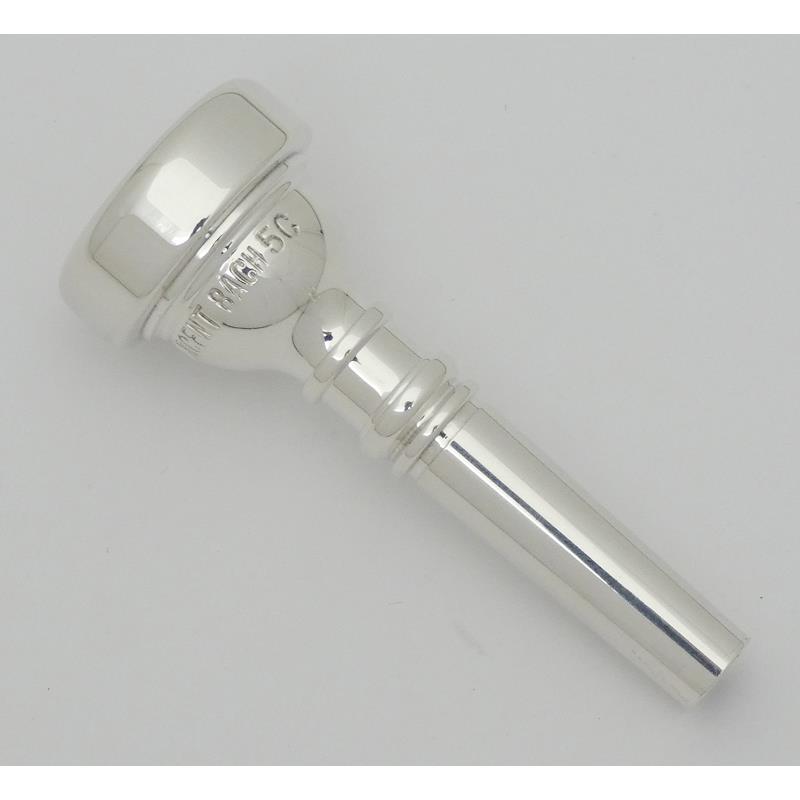 楽器種別：ユーズドBach/ユーズド 商品一覧＞＞管楽器・吹奏楽器【〜5，000円】 商品一覧＞＞トランペット用アクセサリ/トランペット用マウスピース/コルネットマウスピース/Bach 商品一覧＞＞サックス買うなら、当店で！専門のスタッフが丁寧に検品・調整しているので安心です！Bach USED 中古 バック / 5C コルネット用 マウスピース商品説明【中古】 V.Bach (ヴィンセント・バック) 5C【刻印】VINCENT BACH 5C内径 / 16.25mmこちらのマウスピースは、少々使用感がありリムやスロート、ボディーやシャンク部に小キズや当てキズ（打痕）などございます。※パッケージケースが付属しております。また、パッケージケース以外の付属品はございません。イケベカテゴリ_管楽器・吹奏楽器_トランペット用アクセサリ_トランペット用マウスピース_コルネットマウスピース_Bach_ユーズド SW_Bach_ユーズド JAN:2500260014246 登録日:2026/07/05 マウスピース バック バッハ