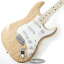 楽器種別：新品エレキギター/Fender Made in Japan 商品一覧＞＞エレキギター/Fender Made in Japan/Traditional Stratocaster 商品一覧＞＞エレキギター【75，000円〜150，000円】 商品一覧＞＞当店のギターは、出荷前に専門スタッフが検品・調整しているので安心です！Fender Made in Japan Traditional 70s Stratocaster (Natural)【旧価格品】商品説明Made in Japan Traditionalフェンダーの伝統的な楽器製作の美学と日本の洗練されたクラフトマンシップを融合することで導き出されたMade in Japan Traditionalシリーズ。フェンダーの正統なDNAが、確かなMade in Japanクオリティで蘇ります。Made in Japan Traditional 70s Stratocasterはグロスフィニッシュのアッシュボディを採用。21本のヴィンテージスタイルフレットを装備した9.5インチラジアスのU シェイプメイプルネックがTraditionalシリーズならではのクラシカルな演奏製を提供します。6サドル式ヴィンテージスタイルSynchronized Tremoloブリッジ、そしてTraditionalシリーズのために選定されたオリジナルピックアップはリアルで音楽的なヴィンテージトーンを奏でます。細めに設計されたナット幅は日本のプレイヤーにも弾きやすい仕様となっています。堅実なギタークラフトマンシップと、プレイヤーのニーズに柔軟に対応する答えが、本シリーズに反映されています。※画像はサンプルです。製品の特性上、杢目、色合いは1本1本異なります。商品詳細Series: TraditionalBody Material: AshBody Finish: Gloss PolyesterNeck: Maple， U ShapeNeck Finish: Gloss UrethaneFingerboard: Maple， 9.5 (241 mm)Frets: 21， VintagePosition Inlays: Black Dot (Maple)Nut (Material/Width): Bone， 1.615 (41.02 mm)Tuning Machines: Fender? Vintage F StampedScale Length: 25.5 (648 mm)Bridge: 6-Saddle Vintage-Style Synchronized TremoloPickguard: 3-Ply EggshellPickups: Vintage-Style Single-Coil Strat (Bridge)， Vintage-Style Single-Coil Strat (Middle)， Vintage-Style Single-Coil Strat (Neck)Pickup Switching: 5-Position Blade: Position 1. Bridge Pickup， Position 2. Bridge and Middle Pickup， Position3. Middle Pickup， Position 4. Middle and Neck Pickup， Position 5. Neck PickupControls: Master Volume， Tone 1. (Neck Pickup)， Tone 2. (Middle Pickup)Control Knobs: EggshellHardware Finish: Nickel/ChromeStrings: Nickel Plated Steel (.009-.042 Gauges)ソフトケース付きイケベカテゴリ_ギター_エレキギター_Fender Made in Japan_Traditional Stratocaster_新品 JAN:0885978483792 登録日:2022/03/14 エレキギター フェンダー ふぇんだー フェンダージャパン フェンジャパ フェンダーJ ストラト ストラトキャスター