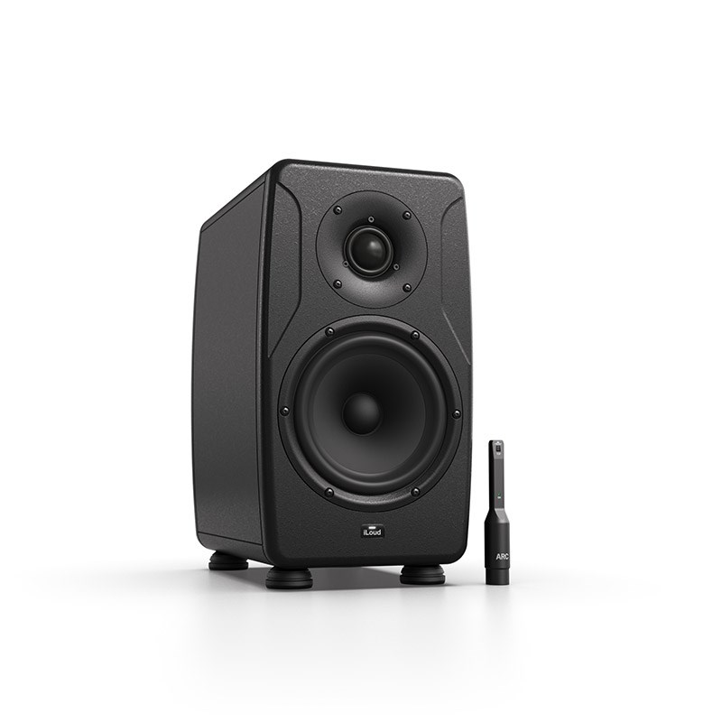 楽器種別：新品IK Multimedia/新品 商品一覧＞＞レコーディング【55，000円〜115，000円】 商品一覧＞＞モニタースピーカー/モニタースピーカー/IK Multimedia 商品一覧＞＞パワーレックは、専門スタッフに気軽に相談できる渋谷発のDTM・レコーディング機材専門フロアです。IK Multimedia 【決算売り尽くしセール】【生産完了品・台数限定特価】iLoud Precision 6 (1本)(ARCキャリブレーション機能搭載)(パワードモニタスピーカー)(アイランド)(アイケーマルチメディア)商品説明■iLoud Precision 6◎寸法と重量（1本）・353 mm x 201 mm x 282 mm・7.7 kg◎内容品・iLoud Precision 6（1本）・電源ケーブル・ARC 測定用 MEMS マイク・ARC マイクロフォン用クランプ・USB-B to USB-A ケーブル（2.5m）・iLoud Isolation Pods（4個）※ARC 3 と X-MONITOR の最新の動作環境はメーカーサイトにてご確認の上、お求めください。-----★スタジオ・モニターの再定義iLoud Precision は、iLoud Micro Monitor、iLoud MTM でコンパクト・スピーカー市場に驚きを与えてきた IK Multimedia からの、フルサイズ・スタジオ・モニター市場に対する回答です。iLoud Precision は、IK の25年以上にわたる高度なデジタル信号処理技術により、リニアな位相特性、時間領域（タイム・ドメイン）特性、フラットで色付けのない周波数特性を実現します。3倍以上の価格帯のハイエンド・オーディオ・スピーカーに匹敵する仕様を実現した iLoud Precision は、3種類（5インチ・ウーファー + 1.5インチ・ツイーターの2ウェイ、6.5インチ・ウーファー + 1.5インチ・ツイーターの2ウェイ、2 x 5インチ・ウーファー + 1.5インチ・ツイーターの MTM）からお選びいただけます。◎3倍の価格帯のスタジオ・モニターに匹敵するオーディオ性能◎36 Hz から 30 kHz の広い周波数帯域に対応するクラス最高の周波数特性◎45 Hz から 30 kHz の範囲で +/- 1 dB の超フラットな特性◎高度な信号処理により、リニアな位相特性の透明感のあるサウンドを実現◎スピーカーの理想的な性能を実現する、正確なタイムアライメント◎同梱の測定用マイクを使用して行う ARC? キャリブレーション機能を内蔵◎20種類以上の代表的なモニタースピーカーのエミュレーションと詳細なボイシングコントロール機能を備えた、Mac / PC 用 X-MONITOR ソフトウェアが付属◎出荷時の調整によりユニット間の差異は +/- 0.5 dB 以内◎設計、開発、製造から出荷前のキャリブレーションまで、すべてがメイド・イン・イタリー◎iLoud Precision 5（5インチ・ウーファー + 1.5インチ・ツイーター、135W RMS）、iLoud Precision 6（6.5インチ・ウーファー + 1.5インチ・ツイーター、150W RMS）、iLoud Precision MTM（2つの5インチ・ウーファー + 1.5インチ・ツイーター、175W RMS）の3つのラインナップ●クラス最高の周波数特性iLoud Precision は、- 4 dB 範囲なら 36 Hz から、+/- 1 dB 範囲でも 45 Hz から 30 kHz までフラットに伸びた周波数特性により、可聴帯域全体を通して、正確で色付けのない再生を行います。●真にリニアな位相周波数特性iLoud Precision は、96 kHz で動作する内蔵 DSP、デジタル・クロスオーバー、カスタム設計のクラスDアンプを搭載。150 Hz 以上の帯域にてリニアな位相特性を実現し、正確な音像、鮮明なトランジェント、驚くべきディテールを再現します。●理想的なタイムアライメントiLoud Precision では、多くのスタジオモニターで見過ごされている「時間領域特性」が重視されています。2ウェイ以上のシステムでステップ応答を確認すると、ツイーターからの信号が早く到達してピークが2つに分かれ、タイムアライメントがずれることで逆相になることがよくあります。iLoud Precision は、注意深く設計されたクロスオーバー、ウーファー／ツイーター間のタイムアライメントにより、理論上の理想ステップ応答に近い、三角形型の特性を示します。その結果、脳内で時間のずれを補正する必要がなくなり、長時間モニター時の耳の疲れが大幅に軽減されます。●ARC キャリブレーション機能を内蔵iLoud Precision には、IK Multimedia の ARC System 技術によるキャリブレーション機能が内蔵されています。同梱の MEMS 測定マイクを iLoud Precision の ARC MIC IN に接続し、リスニング・ポジションに設置したら、あとは CAL / PRESET ボタンを長押しするだけです。ミキシングルームからリビングルームまで、あらゆる環境に最適な状態に調整されます。●超低域を正確に再現iLoud Precision にて ARC キャリブレーションを実行すると、30 Hz まで拡張された低音がブーミーになることなく正確に再生されるので、ディープなキック、ベースを含んだミックスも、単体で行うことができます。また、内蔵のハイパス・フィルターを使用することで、サブ・ウーファーを組み合わせたシステムの構築も容易です。●音が一点から聴こえる MTM デザイン（iLoud Precision MTM）最上位機種として用意された iLoud Precision MTM は、ハイファイ・オーディオの世界で「仮想同軸」と呼ばれる MTM（ミッド・ウーファー、ツイーター、ミッド・ウーファー）配置により、音がツイーターの一点から聴こえ、より精度の高い音像を実現します。その結果もたらされるのは、スピーカー・キャビネットの存在が消え、音楽がそのままの形で聴こえる、自然で生命力に満ちたサウンドです。●イマーシブ・セットアップにも対応Dolby Atmos などのイマーシブ・オーディオ・セットアップにて別途サブウーファーをお使いの場合でも、iLoud Precision には Full / 35 / 50 / 65 / 80 Hz を切り替え可能なハイパス・フィルターが用意されているので、別途クロスオーバーを購入する必要はありません。■パワフルなソフトウェア・コントロール●拡張コントロールとボイシング・エミュレーションiLoud Precision シリーズには、ARC キャリブレーションによる視覚的確認、調整だけでなく、iLoud Precision 背面パネルに実装されたボタンで詳細なボイシングの調整が可能な Mac / Windows アプリケーション : X-MONITOR が用意されています。X-MONITOR の利用に特別なインターフェイスは必要なく、iLoud Precision 背面の USB ポートを Mac / Windows に接続するだけで、すぐにお使いいただけます。●スタジオ定番モニター・スピーカーのエミュレートもX-MONITOR では、ARC 補正プロファイルの切り替えだけでなく、厳密なリニアフェイズ特性の Precision、聴きやすい Comfort、縦方向のスウィート・スポットを拡張した Wide Dispersion といった設定から、スタジオ定番モニタースピーカー、クラシックなハイファイスピーカーの周波数、位相特性を再現したものまで、複数のボイスを切り替えることができます。リリース時点でも20機種以上のモニター・プロファイルが用意され、今後も追加されていく予定です。■充実のアクセサリー●ARC 測定用マイクiLoud Precision には、モニターのセットアップを容易にする内蔵 ARC 測定用の MEMS マイクが同梱されています。●専用インシュレーター : iLoud Isolation Podsオーディオのプロフェッショナルやミュージシャンの高いニーズを満たすべく設計された iLoud Precision には、4つの iLoud Isolation Pods が同梱されています。この専用設計のインシュレーターは、スピーカー本体と設置面間の振動伝播を劇的に減少させます。全周波数帯域にわたって強化されたオーディオの透明性、一貫性、イメージングの精度を、よりリアルに体感いただくためのオプションとしてご利用いただけます。●別売のリモート・コントローラー : iLoud Precision Remote Controller別売の iLoud Precision Remote Controller を使えば、4種類の X-MONITOR ボイスの切り替え、ミュート、ディムといった機能を手元でコントロールできます。ARC キャリブレーション時には、4箇所の測定ポイントが各ボタンに対応し、測定プロセスを視覚的に確認可能です。■主な機能◎低歪み、低共振、チャンバー型 1.5 インチのテキスタイル・ドーム・ツイーター。◎回折と共振を最小限に抑えるフロント・バッフル。◎軽量コート紙メンブレンを使用したミッド・ウーファー。◎低共振、ハイ・ダンピングの MDF 素材のエンクロージャー。◎iLoud Isolation Pod（付属）。◎カスタム・デザインのバスレフ・ポート。◎各種周波数コントロール。X-MONITOR からも操作可能。◎X-MONITOR やファームウェア更新用の USB 端子。◎iLoud Precision Remote Controller の接続端子。デイジーチェーン接続に対応。◎ARC 測定用マイクの接続端子。◎ARC 測定用 MEMS マイク（付属）。■主な特徴◎先進の音響設計・カスタム設計のクラスDアンプ・ハイエンドの A/D、D/A コンバーター・軽量コート紙メンブレンを使用したミッド・ウーファー・低歪み、低共振、チャンバー型 1.5 インチのテキスタイル・ドーム・ツィーター・低共振、ハイ・ダンピングの MDF 素材のエンクロージャー・回折と共振を最小限に抑えるフロント・バッフル・時間領域特性を考慮したタイムアライメントにより理想的なステップ応答を実現◎最新のDSPとソフトウェア・96 kHz 内部処理によるトータル・システム・コントロール・付属の測定用マイクを使用したキャリブレーション機能を内蔵・X-MONITOR にて、スタジオ定番モニター・スピーカーの周波数と位相特性をエミュレート・X-MONITOR プロファイルの切り替えが可能な別売のリモコン・X-MONITOR により背面パネルに実装されたボタンより詳細なボイシングの調整が可能◎圧倒的なオーディオ性能・+/- 1 dB 範囲でフラットに伸びた周波数特性・150 Hz 以上の帯域にてリニアな位相特性、150 Hz 以下でも最小限の位相差・オーディオスペクトル全体にわたり理想的な時間領域特性を実現・クラス最高の最大SPLイケベカテゴリ_レコーディング_モニタースピーカー_モニタースピーカー_IK Multimedia_新品 SW_IK Multimedia_新品 JAN:4530027194919 登録日:2022/10/20 モニタースピーカー スタジオモニター IKマルチメディア IK