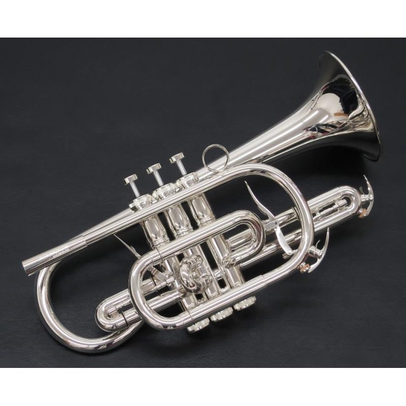 楽器種別：アウトレットBrasspire Unicorn/アウトレット 商品一覧＞＞管楽器・吹奏楽器【60，000円〜115，000円】 商品一覧＞＞トランペット/コルネット/Brasspire Unicorn 商品一覧＞＞サックス買うなら、当店で！専門のスタッフが丁寧に検品・調整しているので安心です！Brasspire Unicorn ブラスパイア ユニコーン / BPCT-B4S 【Bb コルネット】 【新品チョイキズ超特価!!】商品説明Brasspire Unicorn (ブラスパイア ユニコーン) BPCT-B4S Cornet英国の伝統を受け継ぎつつもBrasspireならではのアレンジを加えたブリティッシュスタイルのコルネット!!まろやかな音色と粒だった音の切れを両立する事を目標に開発。英国式コルネットならではのトリガーレバーを1、3番抜差管に搭載。Brasspire独自のマウスピースレシーバー。マウスピースの振動を効率よく楽器に伝え、程よい抵抗感を生み出します。ベル、リードパイプにレッドブラスを採用。コルネットならではの丸みのある音色に、深い響きを与えます。特に英国式金管バンドの挑戦したい奏者にお勧めしたいモデルです。仕様・Bb管 コルネット・イエローブラスベル 2枚取り、約120mm・約11.73mm (L)ボア・銀メッキ仕上げ (シルバープレート)付属品・専用セミハードケース・マウスピース・クリーニングクロス・取扱説明書、保証書、※こちらの楽器は、 小キズや当てキズ（凹み）メッキの剥げや荒れなどございますが、演奏上問題なくご利用頂けます。また、ケースやマウスピースなど新品商品と変わらぬ付属品が付属しております。※商品画像はイメージとなります。気になる個所やご質問等ございましたらお気軽にお問い合わせ下さい。イケベカテゴリ_管楽器・吹奏楽器_トランペット_コルネット_Brasspire Unicorn_アウトレット SW_Brasspire Unicorn_アウトレット JAN:2500240820195 登録日:2026/01/04 ブラスパイア ユニコーン