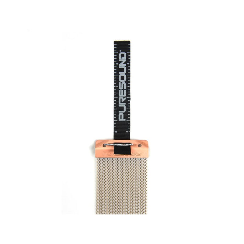 楽器種別：新品puresound percussion/新品 商品一覧＞＞ドラム【〜10，000円】 商品一覧＞＞その他ドラムアクセサリ/puresound percussion 商品一覧＞＞安心してお買い物頂けるよう、スネアもシンバルも丁寧梱包でお届けします！puresound percussion CPS1324 [Custom Pro Series Steel / 13 24 Strand]商品説明〜待望の Made in U.S.A. のハイクオリティーなスナッピーの登場！〜材質はポリッシュド・コパー・エンド(両端が純銅版)にスティール・アロイ(鋼合金)のワイヤー、で純コパー・エンドにより裏ヘッドとの密着度、フィット感の向上で卓越したレスポンスを持っています。ワイヤーは、はんだ付けも全てハンドクラフトで、ルーズポジションからタイトポジションまでいずれも安定感抜群です。またppでも切れが良く、ffでも音がつぶれません。従来のものに比べ、スナッピー音の質感、粒立ち感のレスポンスが格段に向上し、スネアドラム本体そのもののクオリティーワンランクアップします。Custom Pro Series　NEW!カスタム・プロシリーズは、究極の使いやすさを追求しました。付属のスピード・リリース・ストラップによって、ストラップをストレイナーから外すことなくスナッピーだけを脱着可能。非常に素早く簡単にスナッピー交換が可能です。エンドプレートには新設計のアンチ・チョーク・エンドプレートを採用し、エッジ部分のコイルを浮かせる事でバズノイズを大幅に削減。ドラムの音をこもらせることなく、高いテンションで装着できます。明るく残響音の多いブラス・コイルと、クリアで歯切れの良いスチール・コイルが選べます。●材質：スチール・コイル/ポリッシュド・コパー・エンド(アンチ・チョーク・エンド・プレートタイプ)●フィニッシュ：メッキレス●サイズ：13インチ●本数：24本線●スナッピーコード:スピード・リリース・ストラップ※画像はイメージです。イケベカテゴリ_ドラム_その他ドラムアクセサリ_puresound percussion_新品 SW_puresound percussion_新品 JAN:0046716579362 登録日:2011/02/03 ドラム関連