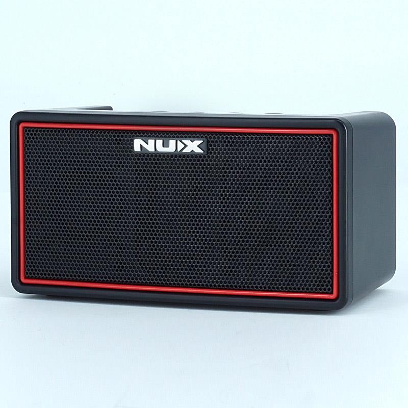 楽器種別：ユーズドNUX/ユーズド 商品一覧＞＞ギターアンプ・ベースアンプ【10，000円〜25，000円】 商品一覧＞＞ギターアンプ/コンボ/ソリッドステート/NUX 商品一覧＞＞安心してお買い物頂けるよう、ミニアンプもコンボアンプも丁寧梱包でお届けします！NUX USED 中古 Mighty Air ニューエックス商品説明NUX Mighty AIR が中古で入荷しました！大きなダメージは見受けられませんが、使用に伴う目立たないキズなどが見られるプレイヤーズコンディションです。Mighty AIR は、ワイヤレス機能と充電バッテリーを備え、ケーブル接続のわずらわしさなく無く演奏が可能なモデリングアンプです。Bluetooth接続も可能でスマートフォンなどの音源を再生、専用のアプリ（無料）を使用し、スマートフォンでアンプをコントロールする事も可能です。部屋での練習用としてはもちろん、ライブ前のウォーミングアップ用として、また、旅のお供にも最適なギター/ベース用のコンパクトアンプです。※ ベースで使用する場合はアプリを使用しての設定が必要です。- 低遅延を実現したワイヤレスギターテクノロジーを採用。- ギター 3 チャンネル仕様。アコースティックギターシミュレーターも搭載。- Andoroid、IOS の NUX MIGHTY Amp APP を使用し、 ブルートゥース接続。ワイヤレスでサウンドの調整、オーディオ 再生が可能。- NUX MIGHTY Amp APP を使用する事で、ベースギターモード （3 チャンネル）、多数のモデリングアンプ、エフェクトに加え、 IR キャビネットシミュレーターも利用可能。- メトローノームを含む 11 種類のドラムパターンを内蔵。- ステレオスピーカーシステムを採用し、素晴らしい サウンドを生み出します。- 約 18 時間使用できる充電式のバッテリーを内蔵。- 内蔵バッテリー、または、USB 電源で使用が可能。付属品：トランスミッター、USBケーブル、箱、マニュアル保証：保証無し現状販売イケベカテゴリ_ギターアンプ・ベースアンプ_ギターアンプ_コンボ_ソリッドステート_NUX_ユーズド SW_NUX_ユーズド JAN:2500070740830 登録日:2026/07/20 ギターアンプ