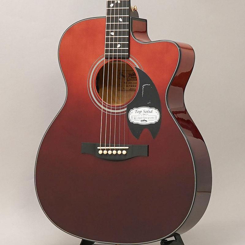 楽器種別：新品Headway/JAPAN TUNE-UP SERIES 商品一覧＞＞Headway/新品 商品一覧＞＞アコースティック・エレアコギター【75，000円〜150，000円】 商品一覧＞＞エレアコギター/Headway 商品一覧＞＞アコギ買うなら、当店で！出荷前の検品・調整はもちろん、丁寧梱包でお届けします！Headway HOC-SAKURA/JS ABG-GRD (Autumn Burgundy Gradation) ヘッドウェイ商品説明〜圧倒的コスパのJTシリーズより、待望の桜モデルが登場！〜これまで上位機種でのみ採用していた桜材をボディに用いたモデルが、よりお手に取っていただきやすいジャパンチューンナップシリーズで初登場となります。桜特有のきらびやかなサウンドを存分にお楽しみいただけることはもちろん、長年の桜ギター製作の経験を落とし込んだカラーリングやデザインなど、桜の魅力がたっぷり詰まったモデルとなりました。国産の桜材を採用していることを表す「JS=Japanese Sakura」をモデル名に組み込んだ本モデル。トップにシトカスプルース単板、サイドバックにラミネートされた国産の桜材を使用した本格的な仕様です。カラーリングは10年以上にわたる桜ギター製造の経験を活かしたシースルーのグラデーションを施し、1本1本個性の違う桜材特有の木肌の魅力を引き立てます。春の季節を代表する風物詩である桜ですが、Headwayではこれまでに「冬桜」や「夏桜」といったそれぞれの季節と桜を掛け合わせた幻想的なデザインのモチーフを生み出し好評を頂いてきました。本モデルにおいてもこれまでにHeadwayが開発してきた四季を表現したカラーリングの中からえり抜いたカラーを踏襲し、既存のギターのイメージにとらわれない楽器を多様性の増す現代の音楽シーンに届けます。へッドトップと指板には桜ギターモデルの多くで採用してきた、桜をモチーフとした装飾を施しています。素材には光の反射角や見る角度によってその輝きが変化する天然の白蝶貝を用いており、桜ギターとしての個性を際立たせます。指板材には高い密度を持つミカルタを採用。エボニーにもよく似た黒々とした見た目と、優れた耐久性が特徴です。最大幅が約380mm、最大厚が約106mmの小ぶりなボディは体の小さいプレイヤーでも抱えやすく体にフィットするため、リラックスして演奏に取り組むことが出来ます。ハイフレットへのアクセスを可能にしたカッタウェイ仕様により、コードストローク中心の演奏だけでなく指弾きによるソロギターなど、幅広い音楽表現をお楽しみいただけます。-Japan Tune-up Series-プロギタリストは買ったギターをそのまま使わず、まずは信頼出来るリペアマンに預け好みのセッティングに調整してからステージに立つと聞きます。ギターに親しんだベテランは自分のギターのナットを自分で削り、好みの弾き心地になるまで手を加えます。弾き手に合った確かなセッティングがギタープレイにそのまま繋がることを彼らは知っています。Headway Japan Tune-up series(ジャパンチューンナップシリーズ)はアジア工場で組み上げたギターをヘッドウェイ国内工房の職人達が文字通りチューンナップさせることにより、より使いやすく、洗練したギターへと昇華させたコストパフォーマンスに優れたシリーズになります。ヘッドウェイ上位機種同様に加工精度を問われる「アリ溝ジョイント」と「ネックの後仕込み」の手法を採用。また、ヒール部にストラップピンを標準装備し、FISHMANのピックアップシステムを搭載しています。ユーザーの皆様に心地よく愛用して頂けるように細かな処理が施され、これからギターをはじめる入門者には勿論、上級者の方のセカンドギターとしても自信を持ってお勧め出来るラインナップです。※画像はサンプルです。製品の特性上、木目や色合いは一本ごとに異なります。商品詳細Body Top:Solid Sitka SpruceBody Side&Back:Laminated Japanese SakuraNeck:NatoFingerboard:PurpleheartNut:BoneSaddle:BoneBridge:PurpleheartMachineheads:Rotomatic TypeScale:628mm(24.75inch)Width at Nut:43.0mmNeck Grip:CFingerboard Radius:400RBracing:Scalloped X Bracingギグバック付属イケベカテゴリ_アコースティック・エレアコギター_エレアコギター_Headway_JAPAN TUNE-UP SERIES_新品 SW_Headway_新品 JAN:4571470404712 登録日:2025/01/31 エレアコ ヘッドウェイ バッカス