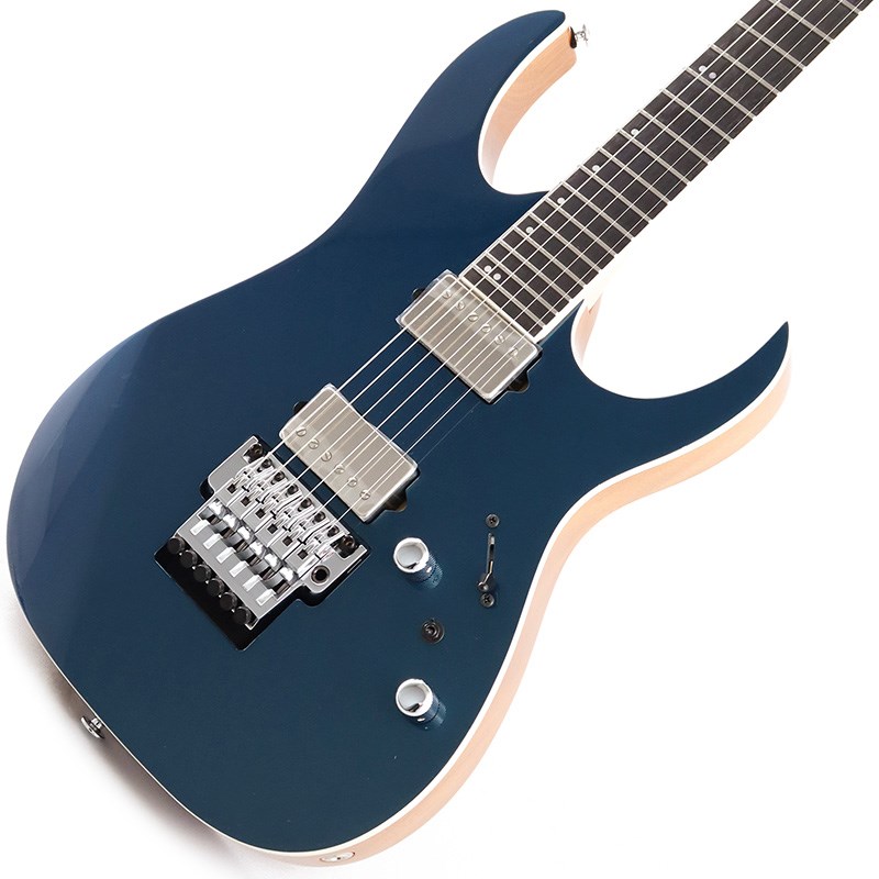 楽器種別：新品Ibanez/新品 商品一覧＞＞エレキギター【190，000円〜365，000円】 商品一覧＞＞STタイプ/Ibanez 商品一覧＞＞当店のギターは、出荷前に専門スタッフが検品・調整しているので安心です！Ibanez Prestige RG5320C-DFM (Deep Forest Green Metallic)商品説明DiMarzioピックアップ搭載コイルタップ採用のヴァーサタイル・ギア・先進的スペックと拘りぬいたデザインで完成する RG Prestige 2021 年モデルステンレス・スチール・フレット：メンテナンス製に優れ、音の立ち上がりが早い上コード弾きでの分離の良さとノート弾きでのクリアな出音とが共に特徴です。Luminlay指板サイド・ポジション・マーク：暗転したステージで役立つ高性能蓄光素材として世界中で近年急速に支持を拡大しています。マカッサル・エボニー指板：エボニー材と同様に硬質で音の立ち上りに優れています。Deep Forest Green Metallicカラー新色ボディ・トップは新色 Deep Forest Green カラーでフィニッシュし、サイド＆バックは塗りわけています。また、ボディ、指板サイド、ヘッドに至るまでホワイト・バインディングを巻いており、程よいアクセントを加えています。・弾き易さと薄さとを追求した極薄ネック・シェイプSuper Wizardよりナチュラルなサウンドと高い強度を狙い、メイプル材とウェンジ材（共に厚材）を5pc に組み合わせて完成しています。極限まで軽い握り心地を好むプレイヤーに最適な、Ibanez=薄ネックのパイオニアたる所以とも言うべきシェイプです。・豊かな中低音域特性を持つアフリカン・マホガニー材ボディ・USA 製 DiMarzioピックアップ w/Coil tap スイッチネック・ポジションにはクリアかつウォームなサウンドが特徴の Air Norton、ブリッジ・ポジションには高音域から低音域までバランスよく出力しパワフルなサウンドが特徴のThe Tone Zoneを搭載しています。コイルタップ・スイッチを搭載し、より多彩なサウンド・バリエーションを獲得しています。・ロー・プロファイル設計を極めたオリジナル・トレモロ、 Lo Pro Edgeユニットを極力低く又ファイン・チューナーを後方に配置し設計することで、演奏時に手が当たりチューニングが狂う可能性を抑えています。・高精度でスムースな Gotoh 製ペグ※画像はサンプルです。製品の特性上、杢目、色合いは一本一本異なります。商品詳細Neck type Super Wizard HP 5pc Maple/Wenge neckBody African Mahogany bodyFretboard Bound Macassar Ebony fretboard w/Offset Mother of Pearl dot inlayFret Jumbo Stainless Steel frets w/Prestige fret edge treatmentBridge Lo-Pro Edge tremolo bridgeNeck pickup DiMarzio Air Norton(H) neck pickupBridge pickup DiMarzio The Tone Zone(H) bridge pickupHardware color ChromeStrings D'Addario EXL120 (.009/.011/.016/.024/.032/.042)ハードケース付属■Finish :・DFM (Deep Forest Green Metallic)イケベカテゴリ_エレキギター_STタイプ_Ibanez_新品 SW_Ibanez_新品 JAN:4549763280220 登録日:2020/12/28 エレキギター アイバニーズ イバニーズ