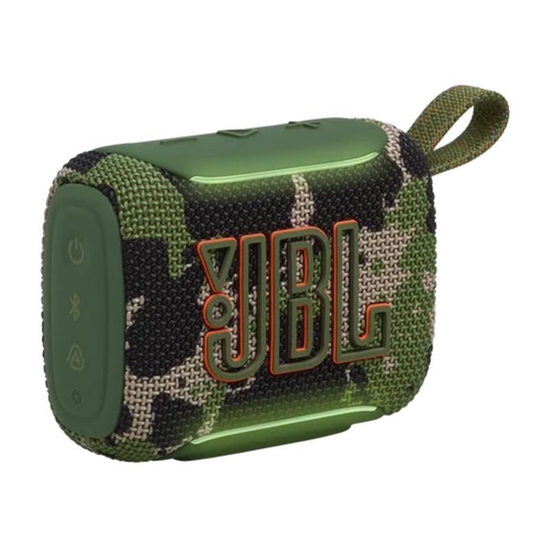 楽器種別：新品JBL/新品 商品一覧＞＞レコーディング【〜10，000円】 商品一覧＞＞モニタースピーカー/モニタースピーカー/JBL 商品一覧＞＞パワーレックは、専門スタッフに気軽に相談できる渋谷発のDTM・レコーディング機材専門フロアです。JBL Go 5 Squad (スクアッド)(ジェイビーエル)(スピーカー)(IP68防水防塵)(ロスレスオーディオ)(PVCフリー)(GO5SQUADJN)【国内正規品・1年保証】商品説明【製品の特長】パワフルなサウンドを、ポケットサイズで。本格的なオーディオ性能を備えたJBL GO 5。手のひらサイズの筐体からは想像できないほど、クリスタルクリアなディテールと深く豊かな低音が鳴り響きます。しかしGO 5の魅力は、アイコニックなサウンドだけではありません。新しいエッジライトがやわらかなアンビエンスを演出し、テーマの選択も可能。また電源オン、ペアリング状態、バッテリー残量を視覚的に知らせます。最大約10時間のバッテリーライフで、朝から夜まで一日中音楽をエンジョイ。IP68の防塵防水性能と耐衝撃設計が施されているため、突然の雨やうっかりと落としてしまった場合も心配はいりません。そして、もっと大きな音が欲しくなったら、GO 5を2台軽く当ててAirTouchでペアリングすれば、本格的なステレオサウンドに。また、他のAuracast対応のJBLスピーカーとつなげて、さらに迫力あるサウンドを楽しめます。JBL Portableアプリを使えば、リスニング体験を自分好みにカスタマイズすることも可能です。パワフルなサウンドを、気軽に持ち出そう。●JBLプロサウンドの最小形強化されたアンプ部と改良されたドライバーにより、これまで以上にパワフルで深みのあるJBLプロサウンドを実現。手のひらに収まるサイズから、驚くほどパワフルなサウンドを響かせます。●気分を高めるアンビエントエッジライトアンビエントエッジライトで雰囲気を演出。ライトテーマを選べるほか、電源、ペアリング状態、バッテリー残量、Auracastモードを視覚的に確認できます。●Playtime Boostで最大約8+2時間再生最大約8時間の再生に加え、Playtime Boostでさらに約2時間延長することが可能。1回の充電で、もっと長く楽しめます。●防水・防塵・耐衝撃のタフ設計ビーチやキャンプでの突然の雨に濡れたり、うっかり落としてしまっても大丈夫。IP68の防塵防水性能と優れた耐衝撃設計*で、どんな状況でも音楽を再生し続けます。 *落下による無破損・無故障を保証するものではなく、落下による破損・故障は保証の対象外となります。●Auracastで広がるサウンドAuracast対応のJBLスピーカーをワイヤレスで複数接続し、より広がりのある没入感あふれるサウンドを楽しめます。●JBL Portableアプリでカスタマイズスピーカーを思いのままに設定。7バンドEQによるサウンド調整、ライトテーマの選択、ファームウェア更新まで、JBL Portableアプリで簡単に操作できます。●JBL EasySing Mic Miniに対応JBL GO 5はJBL EasySing Mic Miniに対応しています。販売状況は地域によって異なる場合があり、別売りです。●AirTouchで瞬時にステレオペアリング2台のGO 5同士を軽く触れさせるだけで、AirTouch機能によりワイヤレスステレオ再生が即座に実現。空間にサウンドステージが広がり、音楽をより深く楽しめるようになります。PCやタブレットのステレオモニターとして映画や動画*もより楽しくなります。*リップシンクには非対応●ロスレス再生対応のピュアサウンド好みのプレイリストを高品位なまま再生。JBL GO 5はUSB Type-C経由でのロスレスオーディオ再生* に対応。細部まで鮮明なサウンドを届けます。 *最高24bit/48kHz●サステナブルなPVCフリーの筐体＆パッケージ設計JBL GO 5は、PVC（ポリ塩化ビニル）フリーの再生プラスチックとファブリック、再生素材を使用したドライバーマグネットを採用。パッケージにはFSC認証のソイインク印刷紙を使用しています。【製品の仕様】仕様一覧S/N比85 dB出力 (W)4.8 W RMSオーディオ仕様周波数特性87 Hz ?20 kHz (-6dB)スピーカードライバー45 mm / 1.75サイズ寸法（幅×高さ×奥行き）（cm）10.1 x 7.74 x 4.3寸法（幅×高さ×奥行き）（in）3.98 x 3.05 x 1.7本体重量(kg)0.23本体重量(lbs)0.51コントロール及び接続仕様サポートされている音楽ファイル形式SBC， AAC， LC3接続ポートUSB-C (in)Bluetooth プロファイルA2DP V1.4， AVRCP V1.6Bluetooth 送信周波数範囲(GHz)2.4 - 2.4835Bluetooth送信機の変調GFSK， π/4 DQPSK， 8DPSKBluetoothトランスミッター電源? 16 dBm (EIRP)Bluetooth バージョン6.0バッテリー最大動作温度40 °CバッテリータイプLi-ion 3.85 Whバッテリー充電時間3最大再生時間8特徴Playtime BoosttrueIPX定格IP68防塵対応true防水対応有Auracast対応有落下耐性有■同梱物JBL GO 5 × 1クイック・スタート・ガイド×1保証カード／安全シート×1（USBケーブルは付属していません）※ご購入いただいた製品を長く安心してご利用いただくため、 JBL国内サイトでの製品登録（無料）をおすすめしています。※詳細な製品仕様はメーカーサイトをご確認お願い致します。※ご使用前にご利用環境や動作状況などを予めご確認の上、ご購入をお願い致します。※商品の仕様、価格並びに付属品などは予告なく変更することがあります。#ジェービーエル #ジェイビーエルイケベカテゴリ_レコーディング_モニタースピーカー_モニタースピーカー_JBL_新品 SW_JBL_新品 JAN:4968929227846 登録日:2026/06/11 モニタースピーカー スタジオモニター