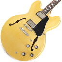 楽器種別：アウトレットエレキギター/Gibson 商品一覧＞＞エレキギター/Gibson/ES Models | Full Acoustic Models 商品一覧＞＞エレキギター【275，000円〜525，000円】 商品一覧＞＞当店のギターは、出荷前に専門スタッフが検品・調整しているので安心です！Gibson ES-335 Figured (Antique Natural) [SN.217230349] 【特価】【TOTE BAG PRESENT CAMPAIGN】商品説明ボディバインディング部に打痕があるため、一本限りのチョイキズ超特価！セミアコの代名詞こと、ギブソンES-335の最新モデル！トップ、バックにはAAAフィギュアード・メイプルを採用し、アンティーク・ナチュラルカラーと相俟って気品溢れる優雅な雰囲気を纏った逸品に仕上がっております。ネックにはマホガニー、指板はローズウッドを採用。ペグにはヴィンテージデラックス、ブリッジはABR-1、テイルピースはアルミ製を採用しております。サウンドの要であるピックアップには新しく開発された「Calibrated T-Type」ハムバッカーを搭載。箱モノ独特の奥行きのある艶やかなクリーントーンは勿論、歪ませた際にもしっかりと芯の残るサウンドはジャンルを選ばずオールマイティに活躍してくれます！箱モノの代名詞といっても過言ではないES-335！今も昔も多くのプレイヤーから愛される名器を是非お試し下さいませ！商品詳細Weight≒3.67kgBodyShape: 335Back: 3-ply AAA Figured Maple/Poplar/MapleTop: 3-ply AAA Figured Maple/Poplar/MapleBinding: Quarter-Sawn Adirondack SpruceNeckNeck: MahoganyProfile: Rounded CNut width: 1.695 / 43.053mmFingerboard: RosewoodScale length: 24.75 / 628.65mmNumber of frets: 22Nut: Graph TechInlay: Acrylic DotsHardwareBridge: ABR-1 Tune-O-MaticTailpiece: Aluminum Stop BarKnobs: Black Top Hats with Silver ReectorTuners: Vintage Deluxe w/ Keystone ButtonsPlating: NickelElectronicsNeck pickup: Calibrated T-Type， RhythmBridge pickup: Calibrated T-Type， LeadControls: 2 volumes， 2 tones， 1 toggle switch， hand-wired with 500K potentiometers and orange drop capacitorsハードケース付属イケベカテゴリ_ギター_エレキギター_Gibson_ES Models | Full Acoustic Models_アウトレット JAN:4580568413598 登録日:2024/03/17 エレキギター ギブソン イーエス