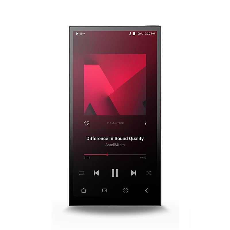 楽器種別：新品Astell&Kern/新品 商品一覧＞＞レコーディング【205，000円〜395，000円】 商品一覧＞＞レコーダー・プレイヤー/プレイヤー/Astell&Kern 商品一覧＞＞パワーレックは、専門スタッフに気軽に相談できる渋谷発のDTM・レコーディング機材専門フロアです。Astell&Kern PD10 Black (ブラック)(アステルアンドケルン)(ポータブルプレイヤー)(オーディオプレーヤー)(DAC)(DAP)(ヂュアルアンプ搭載)(IRV-AK-PD10-BK)商品説明【製品の特長】- Breaking Away From The Normal -世界初(※)AK4498EX Quad DACとインピーダンス適応型デュアルアンプ搭載ドッキングクレードルを付属し、ポータブルとホームユースを兼ね備えた新世代DAP『PD10』（ピーディーテン）は、世界初(※)となるAK4498EX DACとインピーダンス適応型デュアルアンプの搭載や、一新されたデザインコンセプト、ポータブルとホームユースを兼ね備えるためのドッキングクレードルの付属など、従来のラインナップの制約を超えた、Astell&Kernの新たな試みとなる初の製品です。●プロユースも想定したPD10をポータブルに特化した単体モデル『PD10』は、「Breaking Away From The Normal」をスローガンとして、従来のAstell&Kernラインナップの制約を超え、プロユースも想定した初の製品です。本製品は「PD10 & Cradle」からクレードル付属を無くし、従来のSilverと新色のBlackの2カラーをラインナップしたポータブル特化の単体モデルです。●ベースモデル：PD10 & Cradle『PD10 & Cradle』は、「Breaking Away From The Normal」をスローガンとして、従来のAstell&Kernラインナップの制約を超え、プロユースも想定し新たな試みを施した初の製品です。ポータブルオーディオプレーヤーでは初となる、AKMの最新DAC「AK4498EX」を採用。プレミアムデジタルデータコンバーター「AK4191EQ」2基と「AK4498EX」4基を使用し、デジタル信号処理とアナログ信号処理を完全に分離したHEXAオーディオ回路構造を搭載。また、スイッチレスでアンバランス出力とバランス出力を完全に独立させたデュアルオーディオ回路を採用しています。そして、接続するイヤホンやヘッドホンの平均インピーダンスを考慮し、それぞれのアンプに異なるサウンドチューニングが施された独自のインピーダンス適応型デュアルアンプを搭載。接続された機器のインピーダンスを検知し、自動的に最適なアンプに切り替えるスマートゲイン機能も搭載しています。アップサンプリングDARやDACフィルター機能、クロスフィード機能など多彩な機能でサウンドの変化を楽しむことが可能です。6インチディスプレイ、高性能なOcta-core CPU搭載により、快適な操作性とサウンドパフォーマンスを実現。ハウジングにはStainless Steelを採用し、ボタンによるボリュームの採用と物理ボタンロックを搭載。専用のPUレザーケースも付属します。さらに、PD10 & Cradleには、プロ＆ホームユースでの使用も考慮したドッキング型クレードルが付属し、XLR×2でのライン出力が可能です。PD10 & Cradleは、ポータブルとホームユースを兼ね備えプロユースも想定した新世代のポータブルHi-Fiオーディオプレーヤーです。●Synt3製PUフェイクレザーケース付属PD10のバンドルケースは、イタリアのSynt3社のポリウレタン生地を使用しています。Synt3はRCS（Recycled Claim Standard）バージョン2.0の認定を受けた環境に優しい素材で、原材料から最終製品に至るまでリサイクル素材の使用を検証しており、耐久性に優れ、汚染にも強いのが特徴です。PD10のユニークな特徴を際立たせるようにデザインされたPUケースは、すべてのボタンに簡単にアクセスできるように設計されており、優れたグリップを確保しながら本体を保護し、最適化されたフィット感を提供します。視覚的な魅力を高めるだけでなく、PD10の全体的な使用感を向上させます。PD10 BlackとSilverで、付属するケースのカラーも異なります。●機能性とエモーショナルなデザインを融合した第4.5世代UI（※ファームウェアv1.02以降対応）機能性とエモーショナルな体験を両立するアップグレードされたUIを採用。メイン画面では、アルバムをスワイプするとLPがスライドして表示されるアニメーションを採用し、音楽を選ぶという行為を視覚的に楽しめるようにしています。インターフェースはAstell&Kernのシグネチャーであるクリムゾンテーマを踏襲し、ブランドのアイデンティティを反映し、洗練されたモダンなデザインの中に独特のエモーショナルな感覚を表現しています。 ●Full Android OS採用とSRCを克服する独自カスタマイズ技術ADP（※ファームウェアv1.02以降対応）ストリーミングを中心とした音楽再生へのシフトが進む中、Full Android OSを採用しました。アプリを自由にインストールすることができることで利便性も向上させ、次世代デジタルオーディオプレーヤーとして進化を遂げています。そして独自のカスタマイズ技術ADP（Astell&Kern Direct Path）により、Android OSのサンプリング制限（SRC）を克服。これにより、ストリーミング環境においてもビットパーフェクトなロスレス再生を可能にしました。●VSEを使用したAdvanced DAR（※ファームウェアv1.02以降対応）第2世代DAR（Digital Audio Remaster）技術となるAdvanced DARを搭載し、より高精度なアップサンプリングを実現しました。オーディオファイルを直接DARエンジンに送らず、まずVSE（Virtual Sound Extender）を使って失われた倍音を仮想復元し、初期段階で音質を向上させます。その後、高度なDARエンジンが2段階目のアップサンプリングプロセスを、より正確に実行します。この2段階のアプローチにより、リスナーはこれまで以上にオリジナルレコーディングに近い、深く没入感のあるサウンドを楽しむことが可能になります。 【PCM変換DAR】・44.1/88.2/176.4KHzのPCMは352.8KHzに変換して再生されます。・48/96/192KHzのPCMは384KHzに変換して再生されます。※PCMアップサンプリングのDARを選択している場合、DSD再生時のPCM変換は行われません。※量子化ビット数16/24/32bitは全て32bitに変換されます。 【DSD変換DAR】・96KHz以下のPCMファイルは、DSD128に変換して再生されます。 ・176.4KHz以上のPCMファイルは、DSD256に変換して再生されます。※DSD変換のDARを選択している場合、DSD64/128のDSDファイルは、DSD256に変換して再生されます。 ●Qobuz Connect対応（※ファームウェアv1.02以降対応）高音質音楽ストリーミングサービスQobuzの機能で、スマートフォンやPCなどのアプリから同一ネットワーク上の対応オーディオ機器をリモートコントロールできるQobuz Connectに対応しています。Wi-Fi接続でハイレゾ音質を直接ストリーミングでき、Qobuzのコンテンツを高音質で楽しむことが可能です。（※）別途Qobuzへの登録などが必要です。QobuzアプリについてのサポートはAstell&Kernおよび代理店では致しかねます。【製品の仕様】本体素材 Stainless Steelディスプレイ 6インチ（1080×2160）タッチスクリーンサイズ (W×H×D) 75.4mm × 149.5mm × 17.3mm重量 約435gファームウェアアップデート OTA動作温度 0℃ ~ +40℃対応OS Windows 10 (32/64bit) 11 (64bit) / MAC OS X 10.7内蔵メモリ 256GB [NAND] ※システム領域を含む外部メモリ対応 microSDスロット×1 (最大2TB)Wi-Fi 802.11 a/b/g/n/ac (2.4/5GHz)Bluetooth V5.3 (A2DP， AVRCP / SBC， AAC， Qualcomm(R) aptX(TM) HD， LDAC， LHDC)対応ファイル形式 WAV， FLAC， WMA， MP3， OGG， APE， AAC， ALAC， AIFF， DFF， DSFCPU Octa-coreDAC AKM AK4191EQ×2 + AK4498EX×4 (Dual-DAC×2)対応サンプリングレート PCM最大 : 768KHz (16/24/32bit)DSD最大 : DSD512 (22.4MHz/1bit) ステレオ入力 USB Type-C (充電＆データ転送)出力 3.5mm3極アンバランス出力(光デジタル出力兼用)4.4mm5極バランス出力 (5極GND結線)アウトプットレベル [ノーマルゲイン] アンバランス 2.6Vrms / バランス 5.6Vrms (無負荷)[ハイゲイン] アンバランス 4Vrms / バランス 8.3Vrms (無負荷)[クレードルXLR] バランス 5.6Vrms (無負荷)出力インピーダンス アンバランス 3.5mm (1Ω) / バランス 4.4mm (1.6Ω)周波数特性 ±0.066dB (20Hz~20kHz) アンバランス / ±0.066dB (20Hz~20kHz) バランス±0.62dB (20Hz~70kHz) アンバランス / ±0.61dB (20Hz~70kHz) バランスS/N比 125dB @ 1kHz， アンバランス / 128dB @ 1kHz， バランスクロストーク -137dB @ 1kHz， アンバランス / -138dB @ 1kHz， バランスTHD+N 0.0007% @ 1kHz， アンバランス / 0.0006% @ 1kHz， バランスIMD 0.0004% 800Hz 10kHz (4:1) アンバランス / 0.0004% 800Hz 10kHz (4:1) バランスクロックジッター 25ps (Typ)リファレンスクロックジッター 250 fsバッテリー 5，770mAh 3.8V リチウムポリマー充電時間 約4時間 (PD 3.0充電時)再生時間 約15時間(ノーマルゲイン， FLAC， 44.1KHz/16bit， Vol.50， LCDオフ， アンバランス出力)付属品 AK Cradle（※）， PD10専用PUケース， USB Type-C to Type-Cケーブル，画面保護シート， microSDカードスロットカバー生産国 韓国メーカー保証 本体・クレードル1年 / 付属品90日イケベカテゴリ_レコーディング_レコーダー・プレイヤー_プレイヤー_Astell&Kern_新品 SW_Astell&Kern_新品 JAN:8800309909118 登録日:2026/07/21 アステル＆ケルン A&K アステル&カーン