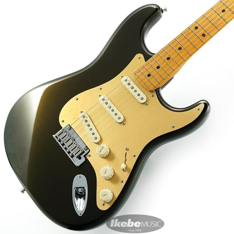 楽器種別：新品エレキギター/Fender USA 商品一覧＞＞エレキギター/Fender USA/American Ultra 商品一覧＞＞エレキギター【205，000円〜385，000円】 商品一覧＞＞当店のギターは、出荷前に専門スタッフが検品・調整しているので安心です！Fender USA American Ultra Stratocaster (Texas Tea/Maple)商品説明Fender American Ultra SeriesフェンダーのUSA製ラインナップの新しいフラッグシップとなるUltraシリーズは、卓越したプレイヤー向けのハイエンドスペックを搭載しています。ミディアムジャンボフレットを装備した10?14インチのコンパウンドラジアス指板をフィー チャーした独自Modern Dシェイプネックは、丁寧なエッジのロールオフ加工が施され、ボディとネックヒール部には新たなコンター加工を採用。まるで体の一部に溶け込むような快適な弾き心地を実現しています。Stratocasterモデルには新開発のUltra Noiseless Vintage Stratシングルコイルピックアップを3基搭載し、 高出力でありながら透明感のある、広いダイナミックレンジを確保したサウンドが得られます。S-1スイッチでネックピッ クアップを常時ONにでき、より幅広いサウンドメイキングに対応します。※製品の特性上、杢目・色合いは1本1本異なります。商品詳細Series: American UltraBody Material:AlderBody Finish: Gloss PolyurethaneNeck: Maple， Modern DNeck Finish: Satin Urethane with Gloss Urethane Headstock FaceFingerboard: Maple or Rosewood， 10 to 14 Compound Radius (254 mm to 355.6 mm)Frets: 22， Medium JumboPosition Inlays: Black Pearloid Dots (Maple)， White Pearloid Dot (Rosewood)Nut (Material/Width): Bone， 1.685 (42.8 mm)Tuning Machines: Deluxe Cast/Sealed LockingScale Length: 25.5 (648 mm)Bridge: 2-Point Deluxe Synchronized Tremolo with Pop-In ArmPickups: Ultra Noiseless Vintage Strat (Bridge)， Ultra NoiselessVintage Strat (Middle)， UltraNoiseless Vintage Strat (Neck)Pickup Switching: 5-Position Blade: Position 1. Bridge Pickup Position 2. Bridge and Middle Pickup Position3. Middle Pickup Position 4. Middle and Neck Pickup Position 5. Neck PickupControls: Master Volume (with S-1 Switch)， Tone 1. (Neck/Middle Pickups)， Tone 2. (Bridge Pickup)Control Knobs: Aged White Soft Touch KnobsHardware Finish: Nickel/ChromeStrings: Fender USA 250L Nickel Plated Steel (.009-.042 Gauges)ハードケース付属イケベカテゴリ_ギター_エレキギター_Fender USA_American Ultra_新品 JAN:0885978195237 登録日:2021/08/30 エレキギター フェンダー ふぇんだー フェンダーUSA アメリカンウルトラ アメトラ
