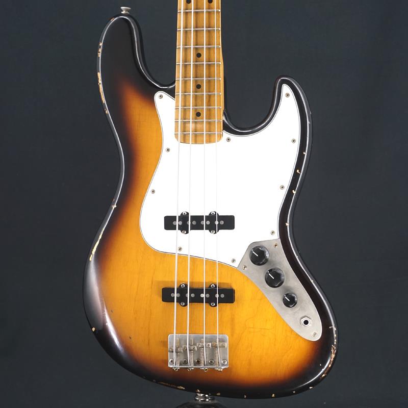楽器種別：ユーズドK-LINE Guitars/ユーズド 商品一覧＞＞ベース【180，000円〜345，000円】 商品一覧＞＞エレキベース/JBタイプ/K-LINE Guitars 商品一覧＞＞当店のベースは、出荷前に専門スタッフが検品・調整しているので安心です！K-LINE Guitars USED 中古 Junction Bass (2TS) 【先取り大特価セール】商品説明アメリカミズーリ州セントルイスにて製作されるK-Line Guitarsの中古品が入荷！K-Line Guitarsは1995年以来、ヴィンテージにインスパイアされたソリッドボディのエレキギターを製造しており、現代のプレイヤーも満足できる楽器製作を行っております。本機はエレキベースのモデルJunction Bass。ボディはアッシュ、ネック/指板は1Pメイプルとなっており、レスポンスの良いアタック感です。ピックアップはオリジナルを搭載しており、ハイが出過ぎるということは無くバンドアンサンブルでも抜けの良いサウンドは活躍してくれることでしょう。ボディフィニッシュはラッカーのエイジド加工が施されヴィンテージらしい風格を感じます。元々エイジド加工が施されているかと思われるので傷に関しましては気にせずお使いいただけます。トラスロッドに余裕はあり、ネックコンディションも良好です。Weight≒3.79kg付属品：Gatorハードケースイケベカテゴリ_ベース_エレキベース_JBタイプ_K-LINE Guitars_ユーズド SW_K-LINE Guitars_ユーズド JAN:2500030863456 登録日:2026/04/02 ケーライン