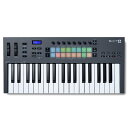 楽器種別：新品MIDIコントローラー/NOVATION 商品一覧＞＞MIDIコントローラー【15，000円〜35，000円】 商品一覧＞＞レコーディング機器買うなら、当店で！専門スタッフが迅速丁寧に対応します！NOVATION FLkey 37商品説明※最新の動作環境はメーカーサイトにてご確認の上、お求めください。-----★FL Studioのワークフロー対応に特化したMIDIキーボードDAWソフトウェアImage-Line 社FL Studioのクリエイター達と共同で開発・デザインされたFLkeyはFL Studioの主要な機能をハンズオンでコントロールし、DAWとのシームレスな統合を可能にします。ステップシーケンサーをコントロールして素早くビートを構築し、クリエイティブなスケールモードとコードモードでクリエイターのインスピレーションを形にします。プリセットやプラグインのブラウズ、パラメーター調整もマウスを使わずに手元でコントロール。 コンピューターの画面から意識を離し、音楽に集中できる環境を提供。 25 / 37両鍵盤モデル共に、強力なクリエイティブツールと革新的なデザイン、ユーザーカスタマイズ性を兼ね備え、FL Studioで高品質な音楽制作をサポートするMIDIキーボードです。FLkey37は高品質なフルサイズ鍵盤のMIDIキーボードです。 アンドゥ、リドゥ、クオンタイズ、メトロノーム、トランスポートコントロールを使って瞬時にFL Studioにアクセスできます。16パッドにユーザーが自由にコードを割り当てられるユーザーコードモードと8種類のスケールに応じた32種類のコードをパッドに呼び出すスケールコードモードの2つのコードモードを使い分けることで指一本で簡単にコードが発音可能になり、初めての方でも簡単な演奏、作曲を行うことが可能です。●novation 新コンセプトのMIDIキーボードFLKEY最大の特徴であるシーケンサーコントロールはFLkey のパッドを使用してFL Studioのステップビートを素早く入力でき、パッドのモードを使い分けて効率的にグルーブとヒューマンフィーリングを生み出すことが可能です。 チャンネルラックやFPCに直接入力したり、SliceX でのスライスをトリガーすることや正確なハイハットロールが必要な時もノートリピート機能で 簡単に実現。FLSTUDIO純正プラグインのブラウジング機能やノブの自動アサインによりスムーズなコントロールを行えます。ユーティリティーソフトウェア[Components]でのパッド、ノブカスタマイズにも対応し、それぞれのユーザーに応じたデバイスの構築を可能にします。●ミキサーコントロール8つのポットを使用してボリュームやパンの調整を行い、オートメーションを素早く正確に記録することができます。●ステップシーケンサーの制御FL Studioのステップシーケンサーをコントロールし、ハンズオンでリズムの入力を行います。●スケールモード曲に合わせてスケールを設定し、移調してもスケール内の音だけを発音します。この機能で音を外すことなく演奏することができます。●フィックスドコードモード鍵盤上で押されたコードフォームを記録し指一本で移調コードを演奏することが可能です。●パッドコントロールベロシティーに対応した16のパッドでのノート入力は勿論、FPCやSliceXをトリガーして より表現力豊かなビートやメロディーを実現します。●プラグインコントロールFLkeyの8つのポットでImage-Lineプラグインに自動的にアサインし、パラメーターを操作。自然な動きのオートメーションを記録することができます。●プリセットブラウジングImage-Lineプラグインのお気に入りのプリセットを検索できます。●カスタムモードパッドやポットにカスタムコントロールを割り当てれば、自分に適した音楽制作のワークフローをカスタマイズすることも可能です。●Componentsパッドやノブのカスタマイズやプリセットの保存が可能なユーティリティーソフトウェア。複雑な設定を視覚的に素早く行えます。＊ブラウザー版/ダウンロード版の2種類がリリースされています。●豊富なバンドルソフトウェアFLSTUDIO(Producer)6ヶ月フリートライアル / Spitfire Audio LABS Expressive Strings / XLN Audio Addictive Keys / AAS Session Bundle / Klevgrand R0Verb and DAW Cassette■Specification (FLkey37)◎Keybord : 37鍵セミウェイト標準鍵盤 / Pad : ベロシティー対応 LED パッド x16◎Control : ピッチ ， モジュレージョンホイール / コントロールノブ x8◎Button : Start / Stop / Rec / Scorelog / Quantise / Metronome / Undo / Redo / Noterepeat (Rate) / FixedChord / Octave +，- / Scale / ChannelRack -Up，Down / Page -Left，Right / Shift / Setting / Navigation◎Conection : USB-B / MIDI-IN（FLKEY37，5pinDIN /FLKEYmini miniTRS ） / Sustain / keylock◎付属品 : USB AtoB cable ◎電源 : USBバスパワー◎本体サイズ : 258mm x 555mm x 77mm ◎重量 : 2.2kgイケベカテゴリ_DTM_MIDIコントローラー_NOVATION_新品 JAN:0815301001454 登録日:2022/05/11 MIDIコントローラー