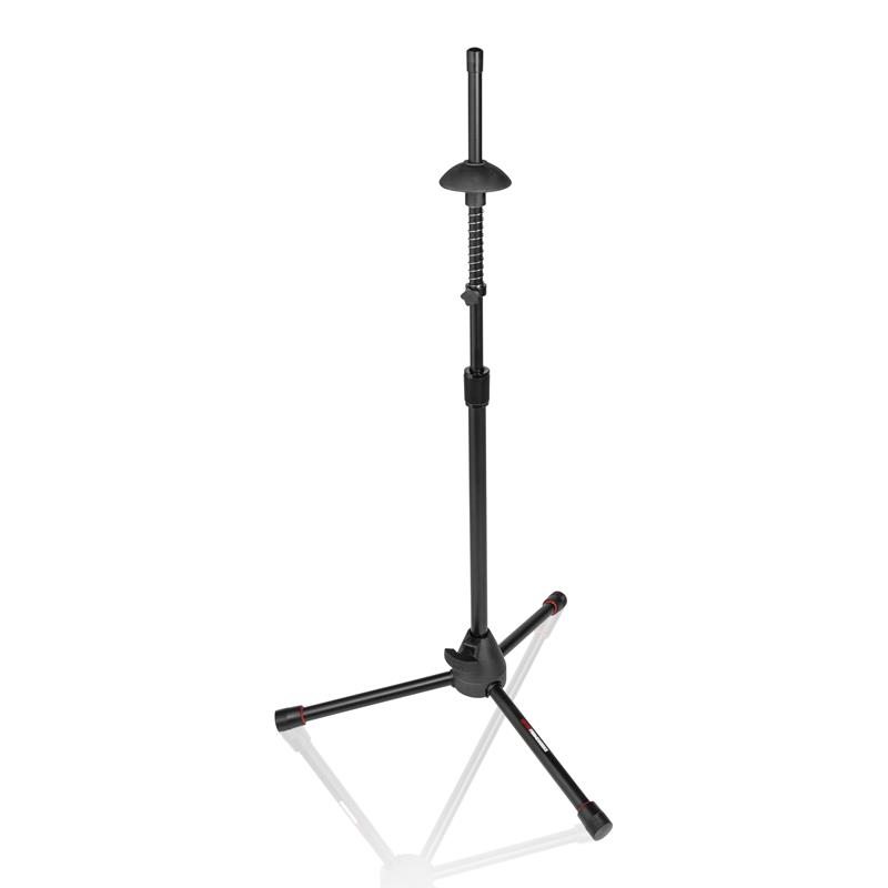 楽器種別：新品その他ブランド(管楽器・吹奏楽器)/新品 商品一覧＞＞管楽器・吹奏楽器【〜10，000円】 商品一覧＞＞その他金管楽器用アクセサリ/その他アクセサリー/その他ブランド(管楽器・吹奏楽器) 商品一覧＞＞サックス買うなら、当店で！専門のスタッフが丁寧に検品・調整しているので安心です！その他ブランド(管楽器・吹奏楽器) GATOR ゲイター / GFW-BNO-TBONE トロンボーン用トライポッド スタンド商品説明GATOR ゲイター / GFW-BNO-TBONE トロンボーン用トライポッド スタンド大切なトロンボーンを、 いつでも安全に、すぐそばに。演奏中の楽器の持ち替えや、ちょっとした休憩時に。Gator Frameworksのトロンボーン用トライポッドスタンドは、使用していないトロンボーンを安全に保持し、必要なときにすぐ手に取れる状態でスタンバイできます。楽器を置く際は、トロンボーンのベル開口部をベルストップに差し込むだけのシンプルな構造。ベルストップには柔らかなラバー素材を採用しており、楽器をしっかりとグリップしながら、接触による表面の傷や擦れを防ぎます。さらに高さ調整にも対応しているため、スライドをロックした状態でも床面とのクリアランスを確保可能。座った状態でも立った状態でも、楽器を取りやすい高さにセットできます。ワイドな3脚ベースとノンスリップ仕様の脚部により、ステージや教室、 ショールーム、練習スペースなど、さまざまな平らな場所で安定して設置できます。・テナートロンボーン用トライポッドスタンド・使用していない楽器を安全かつ手の届く位置に保持・テナートロンボーンおよびFアタッチメント付きトロンボーンに対応・座奏・立奏どちらでも取り出しやすい高さに調整可能・ラバー製ベルストップを採用・スプリングサポート付きベルストップ・ノンスリップ仕様のワイドな3脚ベース・折りたたみ式脚部で持ち運びにも便利●ラバー製ベルストップトロンボーンのベル内部を支えるベルストップ。柔らかなラバー素材で楽器をやさしく保持し、傷を防ぎます。ベルストップ直径:約76mm●ワイドなトライポッドベース安定性に優れた3脚タイプのベースを採用。楽器をしっかり支え、転倒のリスクを抑えます。ステージやショールームなど幅広い場所で使用できます。●スプリングサポート付きベルストップベルストップ部にスプリング構造を採用。楽器を置いた際の衝撃をやわらげ、トロンボーンを安定して保持します。●高さ調整可能スタンドの高さは、使用環境や演奏スタイルに合わせて調整可能。約57.2-105.4cmの範囲で高さを変更でき、座奏・立奏どちらでも取り出しやすい位置にセットできます。仕様・対応楽器 / テナートロンボーン・高さ調整範囲 / 572-1，054mm (22.5~41.5インチ)・ベルストップ直径 / 76mm (3インチ)・製品サイズ / 約538(L)×538 (W) x 1，054 (H)mm (21.2 x 21.2 × 41.5インチ)・重量 / 約1.27kg (2.8 lbs.)※こちらの商品はお取寄せ対応とさせて頂く場合がございます。メーカーに在庫のご用意がございます際は、通常3-4日でのお取寄せが可能でございます。メーカーにて欠品をしております場合は、入荷までにおおよそ数ヶ月程お時間を頂く可能性がございます。詳しい在庫状況・納期につきましては、お問い合わせください。イケベカテゴリ_管楽器・吹奏楽器_その他金管楽器用アクセサリ_その他アクセサリー_その他ブランド(管楽器・吹奏楽器)_新品 SW_その他ブランド(管楽器・吹奏楽器)_新品 JAN:0716408560212 登録日:2026/09/10 その他金管楽器用アクセサリ その他アクセサリー