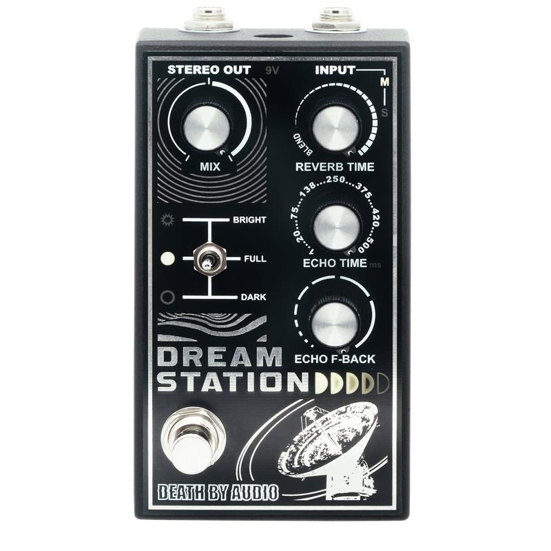 楽器種別：新品Death by Audio/新品 商品一覧＞＞エフェクター【25，000円〜50，000円】 商品一覧＞＞ギター用エフェクター/空間系/リバーブ/Death by Audio 商品一覧＞＞安心してお買い物頂けるよう、コンパクトもマルチも丁寧梱包でお届けします！Death by Audio DREAM STATION商品説明ディレイ+リバーブ=∞。 ステレオ空間トランスミッション。DREAM STATIONはDBA印のエクストリームなディレイとリバーブを一つに搭載。つまり2つのペダルが入ってるのと同じことだ！一瞬のうちに濃密なアンビエンスを形成し、遅延と残響でシグナルは幻想的なハルシネーションへ。3つのフィルター設定はトーンやキャラクターへ大胆に影響する。指先一つで無数のサウンドスケープを完全にコントロール。サウンドを超絶ワイドなステレオ空間へ爆発させよう。煌めくような厚みのあるパッド。ワイルドで狂気的なスラップバック。ピンポン・コムフィルタリング。大気圏外の渦巻く風景。DREAM STATIONは現実と夢の境界線を歪まるための、あらゆる音のリフレクションを網羅したサウンドパレットです。直感的な制御インターフェースと、フルボディのステレオ空間のエネルギーをDBA史上最小サイズに凝縮。あらゆるエコーとリバーブの組み合わせを創造することができます。3つのフィルター設定により躍動的な明るい空間、ダークで陰鬱なアンビエンス、そしてフルレンジのデジタルスペースといった、多様な音響表現を自在に冒険可能です。クレイジーにぶっ飛びたいなら、ECHO F-BACKを全開まで蹴り上げよう。バンドメンバーからの苦情なんて気にするな。・リバーブとディレイ2つの馴染み深い空間エフェクトを、1つのパッケージに。・アンビエンスの形成僅かな空気の揺れから、バカデカい壁のような残響まで。・ステレオフル対応モノラルからマッシヴへ。ピンポンディレイでサウンドをステレオへ拡散させよう。・どんな場所にも最適モノラルかステレオか。レコーディングかライブか。あらゆる状況でパーフェクト。・必要な周波数帯だけ残響とディレイのキャラクターを根本的に変更するフィルターセクション。スイートスポットを見つけよう。・ペダルボード・フレンドリー 手のひらサイズから圧倒的なサウンド。・ツアーグレード品質象が踏んでも壊れないほど頑丈。高品質なパーツ。人類が滅亡しても、こいつはずっと存在し続ける。コンパクトなサイズ。艶かしく輝くヴィンテージスタイルLED。最小限のコントロールから、最大限の混沌。それこそがDESTROYER SERIES！ステージフレンドリーな小型筐体に、過激でユニークなエフェクトを搭載。音の限界を押し上げるために生まれた、不安定で美しいステレオエフェクト。商品詳細サイズ：130 x 70 x 60 mm重量：294g9VDCセンターマイナス、電池使用不可。消費電流：95mAイケベカテゴリ_エフェクター_ギター用エフェクター_空間系_リバーブ_Death by Audio_新品 SW_Death by Audio_新品 JAN:4573633581872 登録日:2025/12/25 エフェクター コンパクトエフェクター ストンプボックス
