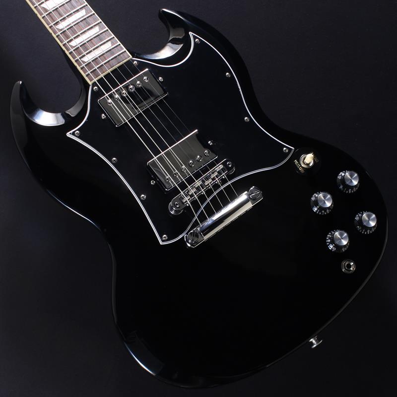 楽器種別：アウトレットGibson/SG Models 商品一覧＞＞Gibson/アウトレット 商品一覧＞＞エレキギター【125，000円〜240，000円】 商品一覧＞＞SGタイプ/Gibson 商品一覧＞＞当店のギターは、出荷前に専門スタッフが検品・調整しているので安心です！Gibson SG Standard (Ebony) #217850050【B級特価】商品説明B級アウトレットスペシャルプライス！SG Standardレス・ポールと並ぶ大人気モデルSG Standard！こちらはラージピックガード仕様、ネックジョイント位置もStandard‘61と比較しヘッド寄りでジョンイントされた仕様となっております。薄いソリッド・マホガニー・ダブルカッタウェイ・ボディとスリムテーパーに仕上られたネックシェイプに、490R＆490Tピックアップを組み合わせ適度なパワー感を持たせたヴィンテージフィール溢れるサウンドをアウトプット致します。また、ハードウェア類もグローバーペグ、サドルの可動幅の大きいナッシュビルT.O.Mブリッジ、アルミテイルピースの採用等、使い勝手と精度を兼ね備えた仕上がりとなっております。レスポールとはまた違ったSGの魅力を是非体感下さい！※本商品はB級特価品となります為、細かな擦り傷や、パーツのくすみが散見します。※掲載画像以外の外観瑕疵部分がある場合がございます。※保証に関しましてはプレイアビリティに関する点のみとなり、通常とは異なるアウトレット保証となります。約2.95kgギグバッグ付属商品詳細BodyBody Material: MahoganyFinish: Gloss Nitrocellulose LacquerNeckNeck Material: MahoganyNeck Profile: RoundedScale Length: 24.75 / 62.865cmFingerboard Material: RosewoodFingerboard Radius: 12 / 304.8mmNumber of Frets: 22Frets: Medium JumboNut Material: Graph TechNut Width: 1.695 / 43.05mmEnd-of-Board Width: 2.26 / 57.4mmInlays: Acrylic TrapezoidsHardwareFinish: ChromeBridge: Aluminum Nashville Tune-O-MaticTailpiece: Aluminum Stop BarTuners: Grover Rotomatics w/ Kidney ButtonsPick Guard: Black 5-ply Full FaceControl Knobs: Black Top Hats with Silver ReflectorSwitch Tip: CreamSwitch Washer: BlackElectronicsNeck Pickup: 490RBridge Pickup: 490TControls: 2 Volumes， 2 Tones & Toggle Switchイケベカテゴリ_エレキギター_SGタイプ_Gibson_SG Models_アウトレット SW_Gibson_アウトレット JAN:2500010119023 登録日:2026/03/23 エレキギター ギブソン エスジー